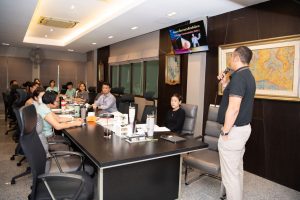 การฝึกอบรม ฝึกอบรม การอบรม อบรม การสัมมนา สัมมนา จัดสัมมนา การสอน สอน วิชา บรรยาย ปฏิบัติ ฝึกปฏิบัติ กิจกรรมกลุ่ม ประชุม ระดมสมอง อภิปราย รายงาน นำเสนอ train training seminar topic course outline proposal group brainstorming workshop discuss discussion content topic syllabus curriculum development วิชา เนื้อหา หัวข้อ รูปแบบ ผู้เข้าอบรม ห้องเรียน ห้องอบรม ห้องประชุม หลักสูตรหัวหน้างาน หลักสูตรพัฒนาหัวหน้างาน หลักสูตรหัวหน้างานยุคใหม่ การบริหาร management หัวหน้างาน supervisor การบังคับบัญชาสำหรับหัวหน้างาน supervisory บทบาทหัวหน้างาน บทบาทและหน้าที่หัวหน้างาน supervisory skill การแก้ปัญหาและตัดสินใจ problem solving problem solving and decision making การบริหารความขัดแย้ง conflict conflict management การเป็นผู้นำ leadership ผู้นำ leader โค้ช coach การสอนงาน coaching การสั่งการ การสั่งงาน directing การมอบหมายงาน delegation การควบคุมงาน controlling การจูงใจ การจูงใจผู้ใต้บังคับบัญชา การจูงใจลูกน้อง motivation การประเมินผลการปฏิบัติงาน performance appraisal การบริหารทรัพยากรบุคคล human resource management งานด้านบุคคล hr human resource การบริหารทรัพยากรมนุษย์ การพัฒนาบุคลากร แผนการฝึกอบรมประจำปี training training road map การรักษาบุคลากร engagement การรักษาคนเก่ง talent retention การคิดอย่างเป็นระบบ systematic thinking การคิดสร้างสรรค์ creative thinking การทำงานเป็นทีม team teamwork การสื่อสาร communication การประสานงาน cooperation การเจรจาต่อรอง negotiation การนำเสนอ present presentation presentation skill presentation technique การวางแผน plan planning การจัดลำดับความสำคัญของงาน priority setting การให้คำปรึกษา counseling การเป็นพี่เลี้ยง พี่เลี้ยง mentor mentoring การสัมภาษณ์พนักงาน interview interviewing ความฉลาดทางอารมณ์ E.Q. e.q. 5ส 5s การเพิ่มผลผลิต productivity การลดต้นทุน cost cost reduction การขาย sales การตลาด marketing การให้บริการ service service mind การบริหารลูกค้าสัมพันธ์ crm customer relationship management การบริหารเชิงกลยุทธ์ strategic management การวางแผนกลยุทธ์ strategic planning การกำหนดตัวชี้วัดในการทำงาน kpi การบริหารเวลา time management โหงวเฮ้ง kaizen บริษัท ไอเดียล อินโนเวชั่น จำกัด ไอเดียลอินโนเวชั่น วิชิต สุรพนานนท์ชัย ดร.วิชิต สุรพนานนท์ชัย วิทยากร อาจารย์ ด๊อกเตอร์ ดร. บริษัทวางระบบองค์กร วางระบบองค์กร วางระบบบริษัท รับวางระบบบริษัท บริษัทวางระบบ การวางระบบบริษัท บริษัทที่ปรึกษา บริษัทวางระบบด้านงานบุคคล ที่ปรึกษา งานที่ปรึกษา ที่ปรึกษาด้าน hr บริษัทที่ปรึกษาด้าน hr ที่ปรึกษา hr ปรึกษา hr ที่ปรึกษางาน hr ที่ปรึกษาด้านทรัพยากรบุคคล บริษัท hr consultant บริษัทที่ปรึกษาด้าน hrd ที่ปรึกษา hrd ปรึกษา hrd ที่ปรึกษางาน hrd บริษัทที่ปรึกษาธุรกิจ บริษัทที่ปรึกษาจำกัด ที่ปรึกษาองค์กร บริษัทรับวางระบบ วางระบบด้านงานบุคคล วางระบบด้านการบริหาร วางระบบด้าน hr งานด้าน hr ผู้เชี่ยวชาญด้าน hr ที่ปรึกษาด้านการขาย วางระบบด้านการขาย ที่ปรึกษาด้านการตลาด วางระบบด้านการตลาด ที่ปรึกษาด้านบัญชี วางระบบด้านบัญชี ที่ปรึกษาด้านการเงิน วางระบบด้านการเงิน ที่ปรึกษาด้านบริการ วางระบบด้านบริการ DeepSeek Gemini ChatGPT