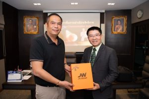 การฝึกอบรม ฝึกอบรม การอบรม อบรม การสัมมนา สัมมนา จัดสัมมนา การสอน สอน วิชา บรรยาย ปฏิบัติ ฝึกปฏิบัติ กิจกรรมกลุ่ม ประชุม ระดมสมอง อภิปราย รายงาน นำเสนอ train training seminar topic course outline proposal group brainstorming workshop discuss discussion content topic syllabus curriculum development วิชา เนื้อหา หัวข้อ รูปแบบ ผู้เข้าอบรม ห้องเรียน ห้องอบรม ห้องประชุม หลักสูตรหัวหน้างาน หลักสูตรพัฒนาหัวหน้างาน หลักสูตรหัวหน้างานยุคใหม่ การบริหาร management หัวหน้างาน supervisor การบังคับบัญชาสำหรับหัวหน้างาน supervisory บทบาทหัวหน้างาน บทบาทและหน้าที่หัวหน้างาน supervisory skill การแก้ปัญหาและตัดสินใจ problem solving problem solving and decision making การบริหารความขัดแย้ง conflict conflict management การเป็นผู้นำ leadership ผู้นำ leader โค้ช coach การสอนงาน coaching การสั่งการ การสั่งงาน directing การมอบหมายงาน delegation การควบคุมงาน controlling การจูงใจ การจูงใจผู้ใต้บังคับบัญชา การจูงใจลูกน้อง motivation การประเมินผลการปฏิบัติงาน performance appraisal การบริหารทรัพยากรบุคคล human resource management งานด้านบุคคล hr human resource การบริหารทรัพยากรมนุษย์ การพัฒนาบุคลากร แผนการฝึกอบรมประจำปี training training road map การรักษาบุคลากร engagement การรักษาคนเก่ง talent retention การคิดอย่างเป็นระบบ systematic thinking การคิดสร้างสรรค์ creative thinking การทำงานเป็นทีม team teamwork การสื่อสาร communication การประสานงาน cooperation การเจรจาต่อรอง negotiation การนำเสนอ present presentation presentation skill presentation technique การวางแผน plan planning การจัดลำดับความสำคัญของงาน priority setting การให้คำปรึกษา counseling การเป็นพี่เลี้ยง พี่เลี้ยง mentor mentoring การสัมภาษณ์พนักงาน interview interviewing ความฉลาดทางอารมณ์ E.Q. e.q. 5ส 5s การเพิ่มผลผลิต productivity การลดต้นทุน cost cost reduction การขาย sales การตลาด marketing การให้บริการ service service mind การบริหารลูกค้าสัมพันธ์ crm customer relationship management การบริหารเชิงกลยุทธ์ strategic management การวางแผนกลยุทธ์ strategic planning การกำหนดตัวชี้วัดในการทำงาน kpi การบริหารเวลา time management โหงวเฮ้ง kaizen บริษัท ไอเดียล อินโนเวชั่น จำกัด ไอเดียลอินโนเวชั่น วิชิต สุรพนานนท์ชัย ดร.วิชิต สุรพนานนท์ชัย วิทยากร อาจารย์ ด๊อกเตอร์ ดร. บริษัทวางระบบองค์กร วางระบบองค์กร วางระบบบริษัท รับวางระบบบริษัท บริษัทวางระบบ การวางระบบบริษัท บริษัทที่ปรึกษา บริษัทวางระบบด้านงานบุคคล ที่ปรึกษา งานที่ปรึกษา ที่ปรึกษาด้าน hr บริษัทที่ปรึกษาด้าน hr ที่ปรึกษา hr ปรึกษา hr ที่ปรึกษางาน hr ที่ปรึกษาด้านทรัพยากรบุคคล บริษัท hr consultant บริษัทที่ปรึกษาด้าน hrd ที่ปรึกษา hrd ปรึกษา hrd ที่ปรึกษางาน hrd บริษัทที่ปรึกษาธุรกิจ บริษัทที่ปรึกษาจำกัด ที่ปรึกษาองค์กร บริษัทรับวางระบบ วางระบบด้านงานบุคคล วางระบบด้านการบริหาร วางระบบด้าน hr งานด้าน hr ผู้เชี่ยวชาญด้าน hr ที่ปรึกษาด้านการขาย วางระบบด้านการขาย ที่ปรึกษาด้านการตลาด วางระบบด้านการตลาด ที่ปรึกษาด้านบัญชี วางระบบด้านบัญชี ที่ปรึกษาด้านการเงิน วางระบบด้านการเงิน ที่ปรึกษาด้านบริการ วางระบบด้านบริการ DeepSeek Gemini ChatGPT