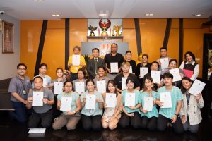 การฝึกอบรม ฝึกอบรม การอบรม อบรม การสัมมนา สัมมนา จัดสัมมนา การสอน สอน วิชา บรรยาย ปฏิบัติ ฝึกปฏิบัติ กิจกรรมกลุ่ม ประชุม ระดมสมอง อภิปราย รายงาน นำเสนอ train training seminar topic course outline proposal group brainstorming workshop discuss discussion content topic syllabus curriculum development วิชา เนื้อหา หัวข้อ รูปแบบ ผู้เข้าอบรม ห้องเรียน ห้องอบรม ห้องประชุม หลักสูตรหัวหน้างาน หลักสูตรพัฒนาหัวหน้างาน หลักสูตรหัวหน้างานยุคใหม่ การบริหาร management หัวหน้างาน supervisor การบังคับบัญชาสำหรับหัวหน้างาน supervisory บทบาทหัวหน้างาน บทบาทและหน้าที่หัวหน้างาน supervisory skill การแก้ปัญหาและตัดสินใจ problem solving problem solving and decision making การบริหารความขัดแย้ง conflict conflict management การเป็นผู้นำ leadership ผู้นำ leader โค้ช coach การสอนงาน coaching การสั่งการ การสั่งงาน directing การมอบหมายงาน delegation การควบคุมงาน controlling การจูงใจ การจูงใจผู้ใต้บังคับบัญชา การจูงใจลูกน้อง motivation การประเมินผลการปฏิบัติงาน performance appraisal การบริหารทรัพยากรบุคคล human resource management งานด้านบุคคล hr human resource การบริหารทรัพยากรมนุษย์ การพัฒนาบุคลากร แผนการฝึกอบรมประจำปี training training road map การรักษาบุคลากร engagement การรักษาคนเก่ง talent retention การคิดอย่างเป็นระบบ systematic thinking การคิดสร้างสรรค์ creative thinking การทำงานเป็นทีม team teamwork การสื่อสาร communication การประสานงาน cooperation การเจรจาต่อรอง negotiation การนำเสนอ present presentation presentation skill presentation technique การวางแผน plan planning การจัดลำดับความสำคัญของงาน priority setting การให้คำปรึกษา counseling การเป็นพี่เลี้ยง พี่เลี้ยง mentor mentoring การสัมภาษณ์พนักงาน interview interviewing ความฉลาดทางอารมณ์ E.Q. e.q. 5ส 5s การเพิ่มผลผลิต productivity การลดต้นทุน cost cost reduction การขาย sales การตลาด marketing การให้บริการ service service mind การบริหารลูกค้าสัมพันธ์ crm customer relationship management การบริหารเชิงกลยุทธ์ strategic management การวางแผนกลยุทธ์ strategic planning การกำหนดตัวชี้วัดในการทำงาน kpi การบริหารเวลา time management โหงวเฮ้ง kaizen บริษัท ไอเดียล อินโนเวชั่น จำกัด ไอเดียลอินโนเวชั่น วิชิต สุรพนานนท์ชัย ดร.วิชิต สุรพนานนท์ชัย วิทยากร อาจารย์ ด๊อกเตอร์ ดร. บริษัทวางระบบองค์กร วางระบบองค์กร วางระบบบริษัท รับวางระบบบริษัท บริษัทวางระบบ การวางระบบบริษัท บริษัทที่ปรึกษา บริษัทวางระบบด้านงานบุคคล ที่ปรึกษา งานที่ปรึกษา ที่ปรึกษาด้าน hr บริษัทที่ปรึกษาด้าน hr ที่ปรึกษา hr ปรึกษา hr ที่ปรึกษางาน hr ที่ปรึกษาด้านทรัพยากรบุคคล บริษัท hr consultant บริษัทที่ปรึกษาด้าน hrd ที่ปรึกษา hrd ปรึกษา hrd ที่ปรึกษางาน hrd บริษัทที่ปรึกษาธุรกิจ บริษัทที่ปรึกษาจำกัด ที่ปรึกษาองค์กร บริษัทรับวางระบบ วางระบบด้านงานบุคคล วางระบบด้านการบริหาร วางระบบด้าน hr งานด้าน hr ผู้เชี่ยวชาญด้าน hr ที่ปรึกษาด้านการขาย วางระบบด้านการขาย ที่ปรึกษาด้านการตลาด วางระบบด้านการตลาด ที่ปรึกษาด้านบัญชี วางระบบด้านบัญชี ที่ปรึกษาด้านการเงิน วางระบบด้านการเงิน ที่ปรึกษาด้านบริการ วางระบบด้านบริการ DeepSeek Gemini ChatGPT