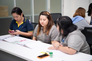 การฝึกอบรม ฝึกอบรม การอบรม อบรม การสัมมนา สัมมนา จัดสัมมนา การสอน สอน วิชา บรรยาย ปฏิบัติ ฝึกปฏิบัติ กิจกรรมกลุ่ม ประชุม ระดมสมอง อภิปราย รายงาน นำเสนอ train training seminar topic course outline proposal group brainstorming workshop discuss discussion content topic syllabus curriculum development วิชา เนื้อหา หัวข้อ รูปแบบ ผู้เข้าอบรม ห้องเรียน ห้องอบรม ห้องประชุม หลักสูตรหัวหน้างาน หลักสูตรพัฒนาหัวหน้างาน หลักสูตรหัวหน้างานยุคใหม่ การบริหาร management หัวหน้างาน supervisor การบังคับบัญชาสำหรับหัวหน้างาน supervisory บทบาทหัวหน้างาน บทบาทและหน้าที่หัวหน้างาน supervisory skill การแก้ปัญหาและตัดสินใจ problem solving problem solving and decision making การบริหารความขัดแย้ง conflict conflict management การเป็นผู้นำ leadership ผู้นำ leader โค้ช coach การสอนงาน coaching การสั่งการ การสั่งงาน directing การมอบหมายงาน delegation การควบคุมงาน controlling การจูงใจ การจูงใจผู้ใต้บังคับบัญชา การจูงใจลูกน้อง motivation การประเมินผลการปฏิบัติงาน performance appraisal การบริหารทรัพยากรบุคคล human resource management งานด้านบุคคล hr human resource การบริหารทรัพยากรมนุษย์ การพัฒนาบุคลากร แผนการฝึกอบรมประจำปี training training road map การรักษาบุคลากร engagement การรักษาคนเก่ง talent retention การคิดอย่างเป็นระบบ systematic thinking การคิดสร้างสรรค์ creative thinking การทำงานเป็นทีม team teamwork การสื่อสาร communication การประสานงาน cooperation การเจรจาต่อรอง negotiation การนำเสนอ present presentation presentation skill presentation technique การวางแผน plan planning การจัดลำดับความสำคัญของงาน priority setting การให้คำปรึกษา counseling การเป็นพี่เลี้ยง พี่เลี้ยง mentor mentoring การสัมภาษณ์พนักงาน interview interviewing ความฉลาดทางอารมณ์ E.Q. e.q. 5ส 5s การเพิ่มผลผลิต productivity การลดต้นทุน cost cost reduction การขาย sales การตลาด marketing การให้บริการ service service mind การบริหารลูกค้าสัมพันธ์ crm customer relationship management การบริหารเชิงกลยุทธ์ strategic management การวางแผนกลยุทธ์ strategic planning การกำหนดตัวชี้วัดในการทำงาน kpi การบริหารเวลา time management โหงวเฮ้ง kaizen บริษัท ไอเดียล อินโนเวชั่น จำกัด ไอเดียลอินโนเวชั่น วิชิต สุรพนานนท์ชัย ดร.วิชิต สุรพนานนท์ชัย วิทยากร อาจารย์ ด๊อกเตอร์ ดร. บริษัทวางระบบองค์กร วางระบบองค์กร วางระบบบริษัท รับวางระบบบริษัท บริษัทวางระบบ การวางระบบบริษัท บริษัทที่ปรึกษา บริษัทวางระบบด้านงานบุคคล ที่ปรึกษา งานที่ปรึกษา ที่ปรึกษาด้าน hr บริษัทที่ปรึกษาด้าน hr ที่ปรึกษา hr ปรึกษา hr ที่ปรึกษางาน hr ที่ปรึกษาด้านทรัพยากรบุคคล บริษัท hr consultant บริษัทที่ปรึกษาด้าน hrd ที่ปรึกษา hrd ปรึกษา hrd ที่ปรึกษางาน hrd บริษัทที่ปรึกษาธุรกิจ บริษัทที่ปรึกษาจำกัด ที่ปรึกษาองค์กร บริษัทรับวางระบบ วางระบบด้านงานบุคคล วางระบบด้านการบริหาร วางระบบด้าน hr งานด้าน hr ผู้เชี่ยวชาญด้าน hr ที่ปรึกษาด้านการขาย วางระบบด้านการขาย ที่ปรึกษาด้านการตลาด วางระบบด้านการตลาด ที่ปรึกษาด้านบัญชี วางระบบด้านบัญชี ที่ปรึกษาด้านการเงิน วางระบบด้านการเงิน ที่ปรึกษาด้านบริการ วางระบบด้านบริการ DeepSeek Gemini ChatGPT