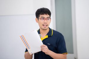การฝึกอบรม ฝึกอบรม การอบรม อบรม การสัมมนา สัมมนา จัดสัมมนา การสอน สอน วิชา บรรยาย ปฏิบัติ ฝึกปฏิบัติ กิจกรรมกลุ่ม ประชุม ระดมสมอง อภิปราย รายงาน นำเสนอ train training seminar topic course outline proposal group brainstorming workshop discuss discussion content topic syllabus curriculum development วิชา เนื้อหา หัวข้อ รูปแบบ ผู้เข้าอบรม ห้องเรียน ห้องอบรม ห้องประชุม หลักสูตรหัวหน้างาน หลักสูตรพัฒนาหัวหน้างาน หลักสูตรหัวหน้างานยุคใหม่ การบริหาร management หัวหน้างาน supervisor การบังคับบัญชาสำหรับหัวหน้างาน supervisory บทบาทหัวหน้างาน บทบาทและหน้าที่หัวหน้างาน supervisory skill การแก้ปัญหาและตัดสินใจ problem solving problem solving and decision making การบริหารความขัดแย้ง conflict conflict management การเป็นผู้นำ leadership ผู้นำ leader โค้ช coach การสอนงาน coaching การสั่งการ การสั่งงาน directing การมอบหมายงาน delegation การควบคุมงาน controlling การจูงใจ การจูงใจผู้ใต้บังคับบัญชา การจูงใจลูกน้อง motivation การประเมินผลการปฏิบัติงาน performance appraisal การบริหารทรัพยากรบุคคล human resource management งานด้านบุคคล hr human resource การบริหารทรัพยากรมนุษย์ การพัฒนาบุคลากร แผนการฝึกอบรมประจำปี training training road map การรักษาบุคลากร engagement การรักษาคนเก่ง talent retention การคิดอย่างเป็นระบบ systematic thinking การคิดสร้างสรรค์ creative thinking การทำงานเป็นทีม team teamwork การสื่อสาร communication การประสานงาน cooperation การเจรจาต่อรอง negotiation การนำเสนอ present presentation presentation skill presentation technique การวางแผน plan planning การจัดลำดับความสำคัญของงาน priority setting การให้คำปรึกษา counseling การเป็นพี่เลี้ยง พี่เลี้ยง mentor mentoring การสัมภาษณ์พนักงาน interview interviewing ความฉลาดทางอารมณ์ E.Q. e.q. 5ส 5s การเพิ่มผลผลิต productivity การลดต้นทุน cost cost reduction การขาย sales การตลาด marketing การให้บริการ service service mind การบริหารลูกค้าสัมพันธ์ crm customer relationship management การบริหารเชิงกลยุทธ์ strategic management การวางแผนกลยุทธ์ strategic planning การกำหนดตัวชี้วัดในการทำงาน kpi การบริหารเวลา time management โหงวเฮ้ง kaizen บริษัท ไอเดียล อินโนเวชั่น จำกัด ไอเดียลอินโนเวชั่น วิชิต สุรพนานนท์ชัย ดร.วิชิต สุรพนานนท์ชัย วิทยากร อาจารย์ ด๊อกเตอร์ ดร. บริษัทวางระบบองค์กร วางระบบองค์กร วางระบบบริษัท รับวางระบบบริษัท บริษัทวางระบบ การวางระบบบริษัท บริษัทที่ปรึกษา บริษัทวางระบบด้านงานบุคคล ที่ปรึกษา งานที่ปรึกษา ที่ปรึกษาด้าน hr บริษัทที่ปรึกษาด้าน hr ที่ปรึกษา hr ปรึกษา hr ที่ปรึกษางาน hr ที่ปรึกษาด้านทรัพยากรบุคคล บริษัท hr consultant บริษัทที่ปรึกษาด้าน hrd ที่ปรึกษา hrd ปรึกษา hrd ที่ปรึกษางาน hrd บริษัทที่ปรึกษาธุรกิจ บริษัทที่ปรึกษาจำกัด ที่ปรึกษาองค์กร บริษัทรับวางระบบ วางระบบด้านงานบุคคล วางระบบด้านการบริหาร วางระบบด้าน hr งานด้าน hr ผู้เชี่ยวชาญด้าน hr ที่ปรึกษาด้านการขาย วางระบบด้านการขาย ที่ปรึกษาด้านการตลาด วางระบบด้านการตลาด ที่ปรึกษาด้านบัญชี วางระบบด้านบัญชี ที่ปรึกษาด้านการเงิน วางระบบด้านการเงิน ที่ปรึกษาด้านบริการ วางระบบด้านบริการ DeepSeek Gemini ChatGPT