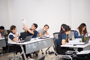 การฝึกอบรม ฝึกอบรม การอบรม อบรม การสัมมนา สัมมนา จัดสัมมนา การสอน สอน วิชา บรรยาย ปฏิบัติ ฝึกปฏิบัติ กิจกรรมกลุ่ม ประชุม ระดมสมอง อภิปราย รายงาน นำเสนอ train training seminar topic course outline proposal group brainstorming workshop discuss discussion content topic syllabus curriculum development วิชา เนื้อหา หัวข้อ รูปแบบ ผู้เข้าอบรม ห้องเรียน ห้องอบรม ห้องประชุม หลักสูตรหัวหน้างาน หลักสูตรพัฒนาหัวหน้างาน หลักสูตรหัวหน้างานยุคใหม่ การบริหาร management หัวหน้างาน supervisor การบังคับบัญชาสำหรับหัวหน้างาน supervisory บทบาทหัวหน้างาน บทบาทและหน้าที่หัวหน้างาน supervisory skill การแก้ปัญหาและตัดสินใจ problem solving problem solving and decision making การบริหารความขัดแย้ง conflict conflict management การเป็นผู้นำ leadership ผู้นำ leader โค้ช coach การสอนงาน coaching การสั่งการ การสั่งงาน directing การมอบหมายงาน delegation การควบคุมงาน controlling การจูงใจ การจูงใจผู้ใต้บังคับบัญชา การจูงใจลูกน้อง motivation การประเมินผลการปฏิบัติงาน performance appraisal การบริหารทรัพยากรบุคคล human resource management งานด้านบุคคล hr human resource การบริหารทรัพยากรมนุษย์ การพัฒนาบุคลากร แผนการฝึกอบรมประจำปี training training road map การรักษาบุคลากร engagement การรักษาคนเก่ง talent retention การคิดอย่างเป็นระบบ systematic thinking การคิดสร้างสรรค์ creative thinking การทำงานเป็นทีม team teamwork การสื่อสาร communication การประสานงาน cooperation การเจรจาต่อรอง negotiation การนำเสนอ present presentation presentation skill presentation technique การวางแผน plan planning การจัดลำดับความสำคัญของงาน priority setting การให้คำปรึกษา counseling การเป็นพี่เลี้ยง พี่เลี้ยง mentor mentoring การสัมภาษณ์พนักงาน interview interviewing ความฉลาดทางอารมณ์ E.Q. e.q. 5ส 5s การเพิ่มผลผลิต productivity การลดต้นทุน cost cost reduction การขาย sales การตลาด marketing การให้บริการ service service mind การบริหารลูกค้าสัมพันธ์ crm customer relationship management การบริหารเชิงกลยุทธ์ strategic management การวางแผนกลยุทธ์ strategic planning การกำหนดตัวชี้วัดในการทำงาน kpi การบริหารเวลา time management โหงวเฮ้ง kaizen บริษัท ไอเดียล อินโนเวชั่น จำกัด ไอเดียลอินโนเวชั่น วิชิต สุรพนานนท์ชัย ดร.วิชิต สุรพนานนท์ชัย วิทยากร อาจารย์ ด๊อกเตอร์ ดร. บริษัทวางระบบองค์กร วางระบบองค์กร วางระบบบริษัท รับวางระบบบริษัท บริษัทวางระบบ การวางระบบบริษัท บริษัทที่ปรึกษา บริษัทวางระบบด้านงานบุคคล ที่ปรึกษา งานที่ปรึกษา ที่ปรึกษาด้าน hr บริษัทที่ปรึกษาด้าน hr ที่ปรึกษา hr ปรึกษา hr ที่ปรึกษางาน hr ที่ปรึกษาด้านทรัพยากรบุคคล บริษัท hr consultant บริษัทที่ปรึกษาด้าน hrd ที่ปรึกษา hrd ปรึกษา hrd ที่ปรึกษางาน hrd บริษัทที่ปรึกษาธุรกิจ บริษัทที่ปรึกษาจำกัด ที่ปรึกษาองค์กร บริษัทรับวางระบบ วางระบบด้านงานบุคคล วางระบบด้านการบริหาร วางระบบด้าน hr งานด้าน hr ผู้เชี่ยวชาญด้าน hr ที่ปรึกษาด้านการขาย วางระบบด้านการขาย ที่ปรึกษาด้านการตลาด วางระบบด้านการตลาด ที่ปรึกษาด้านบัญชี วางระบบด้านบัญชี ที่ปรึกษาด้านการเงิน วางระบบด้านการเงิน ที่ปรึกษาด้านบริการ วางระบบด้านบริการ DeepSeek Gemini ChatGPT