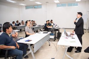 การฝึกอบรม ฝึกอบรม การอบรม อบรม การสัมมนา สัมมนา จัดสัมมนา การสอน สอน วิชา บรรยาย ปฏิบัติ ฝึกปฏิบัติ กิจกรรมกลุ่ม ประชุม ระดมสมอง อภิปราย รายงาน นำเสนอ train training seminar topic course outline proposal group brainstorming workshop discuss discussion content topic syllabus curriculum development วิชา เนื้อหา หัวข้อ รูปแบบ ผู้เข้าอบรม ห้องเรียน ห้องอบรม ห้องประชุม หลักสูตรหัวหน้างาน หลักสูตรพัฒนาหัวหน้างาน หลักสูตรหัวหน้างานยุคใหม่ การบริหาร management หัวหน้างาน supervisor การบังคับบัญชาสำหรับหัวหน้างาน supervisory บทบาทหัวหน้างาน บทบาทและหน้าที่หัวหน้างาน supervisory skill การแก้ปัญหาและตัดสินใจ problem solving problem solving and decision making การบริหารความขัดแย้ง conflict conflict management การเป็นผู้นำ leadership ผู้นำ leader โค้ช coach การสอนงาน coaching การสั่งการ การสั่งงาน directing การมอบหมายงาน delegation การควบคุมงาน controlling การจูงใจ การจูงใจผู้ใต้บังคับบัญชา การจูงใจลูกน้อง motivation การประเมินผลการปฏิบัติงาน performance appraisal การบริหารทรัพยากรบุคคล human resource management งานด้านบุคคล hr human resource การบริหารทรัพยากรมนุษย์ การพัฒนาบุคลากร แผนการฝึกอบรมประจำปี training training road map การรักษาบุคลากร engagement การรักษาคนเก่ง talent retention การคิดอย่างเป็นระบบ systematic thinking การคิดสร้างสรรค์ creative thinking การทำงานเป็นทีม team teamwork การสื่อสาร communication การประสานงาน cooperation การเจรจาต่อรอง negotiation การนำเสนอ present presentation presentation skill presentation technique การวางแผน plan planning การจัดลำดับความสำคัญของงาน priority setting การให้คำปรึกษา counseling การเป็นพี่เลี้ยง พี่เลี้ยง mentor mentoring การสัมภาษณ์พนักงาน interview interviewing ความฉลาดทางอารมณ์ E.Q. e.q. 5ส 5s การเพิ่มผลผลิต productivity การลดต้นทุน cost cost reduction การขาย sales การตลาด marketing การให้บริการ service service mind การบริหารลูกค้าสัมพันธ์ crm customer relationship management การบริหารเชิงกลยุทธ์ strategic management การวางแผนกลยุทธ์ strategic planning การกำหนดตัวชี้วัดในการทำงาน kpi การบริหารเวลา time management โหงวเฮ้ง kaizen บริษัท ไอเดียล อินโนเวชั่น จำกัด ไอเดียลอินโนเวชั่น วิชิต สุรพนานนท์ชัย ดร.วิชิต สุรพนานนท์ชัย วิทยากร อาจารย์ ด๊อกเตอร์ ดร. บริษัทวางระบบองค์กร วางระบบองค์กร วางระบบบริษัท รับวางระบบบริษัท บริษัทวางระบบ การวางระบบบริษัท บริษัทที่ปรึกษา บริษัทวางระบบด้านงานบุคคล ที่ปรึกษา งานที่ปรึกษา ที่ปรึกษาด้าน hr บริษัทที่ปรึกษาด้าน hr ที่ปรึกษา hr ปรึกษา hr ที่ปรึกษางาน hr ที่ปรึกษาด้านทรัพยากรบุคคล บริษัท hr consultant บริษัทที่ปรึกษาด้าน hrd ที่ปรึกษา hrd ปรึกษา hrd ที่ปรึกษางาน hrd บริษัทที่ปรึกษาธุรกิจ บริษัทที่ปรึกษาจำกัด ที่ปรึกษาองค์กร บริษัทรับวางระบบ วางระบบด้านงานบุคคล วางระบบด้านการบริหาร วางระบบด้าน hr งานด้าน hr ผู้เชี่ยวชาญด้าน hr ที่ปรึกษาด้านการขาย วางระบบด้านการขาย ที่ปรึกษาด้านการตลาด วางระบบด้านการตลาด ที่ปรึกษาด้านบัญชี วางระบบด้านบัญชี ที่ปรึกษาด้านการเงิน วางระบบด้านการเงิน ที่ปรึกษาด้านบริการ วางระบบด้านบริการ DeepSeek Gemini ChatGPT