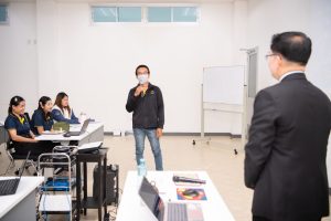 การฝึกอบรม ฝึกอบรม การอบรม อบรม การสัมมนา สัมมนา จัดสัมมนา การสอน สอน วิชา บรรยาย ปฏิบัติ ฝึกปฏิบัติ กิจกรรมกลุ่ม ประชุม ระดมสมอง อภิปราย รายงาน นำเสนอ train training seminar topic course outline proposal group brainstorming workshop discuss discussion content topic syllabus curriculum development วิชา เนื้อหา หัวข้อ รูปแบบ ผู้เข้าอบรม ห้องเรียน ห้องอบรม ห้องประชุม หลักสูตรหัวหน้างาน หลักสูตรพัฒนาหัวหน้างาน หลักสูตรหัวหน้างานยุคใหม่ การบริหาร management หัวหน้างาน supervisor การบังคับบัญชาสำหรับหัวหน้างาน supervisory บทบาทหัวหน้างาน บทบาทและหน้าที่หัวหน้างาน supervisory skill การแก้ปัญหาและตัดสินใจ problem solving problem solving and decision making การบริหารความขัดแย้ง conflict conflict management การเป็นผู้นำ leadership ผู้นำ leader โค้ช coach การสอนงาน coaching การสั่งการ การสั่งงาน directing การมอบหมายงาน delegation การควบคุมงาน controlling การจูงใจ การจูงใจผู้ใต้บังคับบัญชา การจูงใจลูกน้อง motivation การประเมินผลการปฏิบัติงาน performance appraisal การบริหารทรัพยากรบุคคล human resource management งานด้านบุคคล hr human resource การบริหารทรัพยากรมนุษย์ การพัฒนาบุคลากร แผนการฝึกอบรมประจำปี training training road map การรักษาบุคลากร engagement การรักษาคนเก่ง talent retention การคิดอย่างเป็นระบบ systematic thinking การคิดสร้างสรรค์ creative thinking การทำงานเป็นทีม team teamwork การสื่อสาร communication การประสานงาน cooperation การเจรจาต่อรอง negotiation การนำเสนอ present presentation presentation skill presentation technique การวางแผน plan planning การจัดลำดับความสำคัญของงาน priority setting การให้คำปรึกษา counseling การเป็นพี่เลี้ยง พี่เลี้ยง mentor mentoring การสัมภาษณ์พนักงาน interview interviewing ความฉลาดทางอารมณ์ E.Q. e.q. 5ส 5s การเพิ่มผลผลิต productivity การลดต้นทุน cost cost reduction การขาย sales การตลาด marketing การให้บริการ service service mind การบริหารลูกค้าสัมพันธ์ crm customer relationship management การบริหารเชิงกลยุทธ์ strategic management การวางแผนกลยุทธ์ strategic planning การกำหนดตัวชี้วัดในการทำงาน kpi การบริหารเวลา time management โหงวเฮ้ง kaizen บริษัท ไอเดียล อินโนเวชั่น จำกัด ไอเดียลอินโนเวชั่น วิชิต สุรพนานนท์ชัย ดร.วิชิต สุรพนานนท์ชัย วิทยากร อาจารย์ ด๊อกเตอร์ ดร. บริษัทวางระบบองค์กร วางระบบองค์กร วางระบบบริษัท รับวางระบบบริษัท บริษัทวางระบบ การวางระบบบริษัท บริษัทที่ปรึกษา บริษัทวางระบบด้านงานบุคคล ที่ปรึกษา งานที่ปรึกษา ที่ปรึกษาด้าน hr บริษัทที่ปรึกษาด้าน hr ที่ปรึกษา hr ปรึกษา hr ที่ปรึกษางาน hr ที่ปรึกษาด้านทรัพยากรบุคคล บริษัท hr consultant บริษัทที่ปรึกษาด้าน hrd ที่ปรึกษา hrd ปรึกษา hrd ที่ปรึกษางาน hrd บริษัทที่ปรึกษาธุรกิจ บริษัทที่ปรึกษาจำกัด ที่ปรึกษาองค์กร บริษัทรับวางระบบ วางระบบด้านงานบุคคล วางระบบด้านการบริหาร วางระบบด้าน hr งานด้าน hr ผู้เชี่ยวชาญด้าน hr ที่ปรึกษาด้านการขาย วางระบบด้านการขาย ที่ปรึกษาด้านการตลาด วางระบบด้านการตลาด ที่ปรึกษาด้านบัญชี วางระบบด้านบัญชี ที่ปรึกษาด้านการเงิน วางระบบด้านการเงิน ที่ปรึกษาด้านบริการ วางระบบด้านบริการ DeepSeek Gemini ChatGPT
