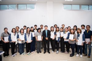 การฝึกอบรม ฝึกอบรม การอบรม อบรม การสัมมนา สัมมนา จัดสัมมนา การสอน สอน วิชา บรรยาย ปฏิบัติ ฝึกปฏิบัติ กิจกรรมกลุ่ม ประชุม ระดมสมอง อภิปราย รายงาน นำเสนอ train training seminar topic course outline proposal group brainstorming workshop discuss discussion content topic syllabus curriculum development วิชา เนื้อหา หัวข้อ รูปแบบ ผู้เข้าอบรม ห้องเรียน ห้องอบรม ห้องประชุม หลักสูตรหัวหน้างาน หลักสูตรพัฒนาหัวหน้างาน หลักสูตรหัวหน้างานยุคใหม่ การบริหาร management หัวหน้างาน supervisor การบังคับบัญชาสำหรับหัวหน้างาน supervisory บทบาทหัวหน้างาน บทบาทและหน้าที่หัวหน้างาน supervisory skill การแก้ปัญหาและตัดสินใจ problem solving problem solving and decision making การบริหารความขัดแย้ง conflict conflict management การเป็นผู้นำ leadership ผู้นำ leader โค้ช coach การสอนงาน coaching การสั่งการ การสั่งงาน directing การมอบหมายงาน delegation การควบคุมงาน controlling การจูงใจ การจูงใจผู้ใต้บังคับบัญชา การจูงใจลูกน้อง motivation การประเมินผลการปฏิบัติงาน performance appraisal การบริหารทรัพยากรบุคคล human resource management งานด้านบุคคล hr human resource การบริหารทรัพยากรมนุษย์ การพัฒนาบุคลากร แผนการฝึกอบรมประจำปี training training road map การรักษาบุคลากร engagement การรักษาคนเก่ง talent retention การคิดอย่างเป็นระบบ systematic thinking การคิดสร้างสรรค์ creative thinking การทำงานเป็นทีม team teamwork การสื่อสาร communication การประสานงาน cooperation การเจรจาต่อรอง negotiation การนำเสนอ present presentation presentation skill presentation technique การวางแผน plan planning การจัดลำดับความสำคัญของงาน priority setting การให้คำปรึกษา counseling การเป็นพี่เลี้ยง พี่เลี้ยง mentor mentoring การสัมภาษณ์พนักงาน interview interviewing ความฉลาดทางอารมณ์ E.Q. e.q. 5ส 5s การเพิ่มผลผลิต productivity การลดต้นทุน cost cost reduction การขาย sales การตลาด marketing การให้บริการ service service mind การบริหารลูกค้าสัมพันธ์ crm customer relationship management การบริหารเชิงกลยุทธ์ strategic management การวางแผนกลยุทธ์ strategic planning การกำหนดตัวชี้วัดในการทำงาน kpi การบริหารเวลา time management โหงวเฮ้ง kaizen บริษัท ไอเดียล อินโนเวชั่น จำกัด ไอเดียลอินโนเวชั่น วิชิต สุรพนานนท์ชัย ดร.วิชิต สุรพนานนท์ชัย วิทยากร อาจารย์ ด๊อกเตอร์ ดร. บริษัทวางระบบองค์กร วางระบบองค์กร วางระบบบริษัท รับวางระบบบริษัท บริษัทวางระบบ การวางระบบบริษัท บริษัทที่ปรึกษา บริษัทวางระบบด้านงานบุคคล ที่ปรึกษา งานที่ปรึกษา ที่ปรึกษาด้าน hr บริษัทที่ปรึกษาด้าน hr ที่ปรึกษา hr ปรึกษา hr ที่ปรึกษางาน hr ที่ปรึกษาด้านทรัพยากรบุคคล บริษัท hr consultant บริษัทที่ปรึกษาด้าน hrd ที่ปรึกษา hrd ปรึกษา hrd ที่ปรึกษางาน hrd บริษัทที่ปรึกษาธุรกิจ บริษัทที่ปรึกษาจำกัด ที่ปรึกษาองค์กร บริษัทรับวางระบบ วางระบบด้านงานบุคคล วางระบบด้านการบริหาร วางระบบด้าน hr งานด้าน hr ผู้เชี่ยวชาญด้าน hr ที่ปรึกษาด้านการขาย วางระบบด้านการขาย ที่ปรึกษาด้านการตลาด วางระบบด้านการตลาด ที่ปรึกษาด้านบัญชี วางระบบด้านบัญชี ที่ปรึกษาด้านการเงิน วางระบบด้านการเงิน ที่ปรึกษาด้านบริการ วางระบบด้านบริการ DeepSeek Gemini ChatGPT