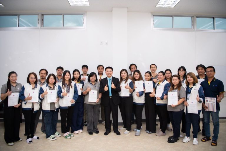 การฝึกอบรม ฝึกอบรม การอบรม อบรม การสัมมนา สัมมนา จัดสัมมนา การสอน สอน วิชา บรรยาย ปฏิบัติ ฝึกปฏิบัติ กิจกรรมกลุ่ม ประชุม ระดมสมอง อภิปราย รายงาน นำเสนอ train training seminar topic course outline proposal group brainstorming workshop discuss discussion content topic syllabus curriculum development วิชา เนื้อหา หัวข้อ รูปแบบ ผู้เข้าอบรม ห้องเรียน ห้องอบรม ห้องประชุม หลักสูตรหัวหน้างาน หลักสูตรพัฒนาหัวหน้างาน หลักสูตรหัวหน้างานยุคใหม่ การบริหาร management หัวหน้างาน supervisor การบังคับบัญชาสำหรับหัวหน้างาน supervisory บทบาทหัวหน้างาน บทบาทและหน้าที่หัวหน้างาน supervisory skill การแก้ปัญหาและตัดสินใจ problem solving problem solving and decision making การบริหารความขัดแย้ง conflict conflict management การเป็นผู้นำ leadership ผู้นำ leader โค้ช coach การสอนงาน coaching การสั่งการ การสั่งงาน directing การมอบหมายงาน delegation การควบคุมงาน controlling การจูงใจ การจูงใจผู้ใต้บังคับบัญชา การจูงใจลูกน้อง motivation การประเมินผลการปฏิบัติงาน performance appraisal การบริหารทรัพยากรบุคคล human resource management งานด้านบุคคล hr human resource การบริหารทรัพยากรมนุษย์ การพัฒนาบุคลากร แผนการฝึกอบรมประจำปี training training road map การรักษาบุคลากร engagement การรักษาคนเก่ง talent retention การคิดอย่างเป็นระบบ systematic thinking การคิดสร้างสรรค์ creative thinking การทำงานเป็นทีม team teamwork การสื่อสาร communication การประสานงาน cooperation การเจรจาต่อรอง negotiation การนำเสนอ present presentation presentation skill presentation technique การวางแผน plan planning การจัดลำดับความสำคัญของงาน priority setting การให้คำปรึกษา counseling การเป็นพี่เลี้ยง พี่เลี้ยง mentor mentoring การสัมภาษณ์พนักงาน interview interviewing ความฉลาดทางอารมณ์ E.Q. e.q. 5ส 5s การเพิ่มผลผลิต productivity การลดต้นทุน cost cost reduction การขาย sales การตลาด marketing การให้บริการ service service mind การบริหารลูกค้าสัมพันธ์ crm customer relationship management การบริหารเชิงกลยุทธ์ strategic management การวางแผนกลยุทธ์ strategic planning การกำหนดตัวชี้วัดในการทำงาน kpi การบริหารเวลา time management โหงวเฮ้ง kaizen บริษัท ไอเดียล อินโนเวชั่น จำกัด ไอเดียลอินโนเวชั่น วิชิต สุรพนานนท์ชัย ดร.วิชิต สุรพนานนท์ชัย วิทยากร อาจารย์ ด๊อกเตอร์ ดร. บริษัทวางระบบองค์กร วางระบบองค์กร วางระบบบริษัท รับวางระบบบริษัท บริษัทวางระบบ การวางระบบบริษัท บริษัทที่ปรึกษา บริษัทวางระบบด้านงานบุคคล ที่ปรึกษา งานที่ปรึกษา ที่ปรึกษาด้าน hr บริษัทที่ปรึกษาด้าน hr ที่ปรึกษา hr ปรึกษา hr ที่ปรึกษางาน hr ที่ปรึกษาด้านทรัพยากรบุคคล บริษัท hr consultant บริษัทที่ปรึกษาด้าน hrd ที่ปรึกษา hrd ปรึกษา hrd ที่ปรึกษางาน hrd บริษัทที่ปรึกษาธุรกิจ บริษัทที่ปรึกษาจำกัด ที่ปรึกษาองค์กร บริษัทรับวางระบบ วางระบบด้านงานบุคคล วางระบบด้านการบริหาร วางระบบด้าน hr งานด้าน hr ผู้เชี่ยวชาญด้าน hr ที่ปรึกษาด้านการขาย วางระบบด้านการขาย ที่ปรึกษาด้านการตลาด วางระบบด้านการตลาด ที่ปรึกษาด้านบัญชี วางระบบด้านบัญชี ที่ปรึกษาด้านการเงิน วางระบบด้านการเงิน ที่ปรึกษาด้านบริการ วางระบบด้านบริการ DeepSeek Gemini ChatGPT