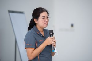 การฝึกอบรม ฝึกอบรม การอบรม อบรม การสัมมนา สัมมนา จัดสัมมนา การสอน สอน วิชา บรรยาย ปฏิบัติ ฝึกปฏิบัติ กิจกรรมกลุ่ม ประชุม ระดมสมอง อภิปราย รายงาน นำเสนอ train training seminar topic course outline proposal group brainstorming workshop discuss discussion content topic syllabus curriculum development วิชา เนื้อหา หัวข้อ รูปแบบ ผู้เข้าอบรม ห้องเรียน ห้องอบรม ห้องประชุม หลักสูตรหัวหน้างาน หลักสูตรพัฒนาหัวหน้างาน หลักสูตรหัวหน้างานยุคใหม่ การบริหาร management หัวหน้างาน supervisor การบังคับบัญชาสำหรับหัวหน้างาน supervisory บทบาทหัวหน้างาน บทบาทและหน้าที่หัวหน้างาน supervisory skill การแก้ปัญหาและตัดสินใจ problem solving problem solving and decision making การบริหารความขัดแย้ง conflict conflict management การเป็นผู้นำ leadership ผู้นำ leader โค้ช coach การสอนงาน coaching การสั่งการ การสั่งงาน directing การมอบหมายงาน delegation การควบคุมงาน controlling การจูงใจ การจูงใจผู้ใต้บังคับบัญชา การจูงใจลูกน้อง motivation การประเมินผลการปฏิบัติงาน performance appraisal การบริหารทรัพยากรบุคคล human resource management งานด้านบุคคล hr human resource การบริหารทรัพยากรมนุษย์ การพัฒนาบุคลากร แผนการฝึกอบรมประจำปี training training road map การรักษาบุคลากร engagement การรักษาคนเก่ง talent retention การคิดอย่างเป็นระบบ systematic thinking การคิดสร้างสรรค์ creative thinking การทำงานเป็นทีม team teamwork การสื่อสาร communication การประสานงาน cooperation การเจรจาต่อรอง negotiation การนำเสนอ present presentation presentation skill presentation technique การวางแผน plan planning การจัดลำดับความสำคัญของงาน priority setting การให้คำปรึกษา counseling การเป็นพี่เลี้ยง พี่เลี้ยง mentor mentoring การสัมภาษณ์พนักงาน interview interviewing ความฉลาดทางอารมณ์ E.Q. e.q. 5ส 5s การเพิ่มผลผลิต productivity การลดต้นทุน cost cost reduction การขาย sales การตลาด marketing การให้บริการ service service mind การบริหารลูกค้าสัมพันธ์ crm customer relationship management การบริหารเชิงกลยุทธ์ strategic management การวางแผนกลยุทธ์ strategic planning การกำหนดตัวชี้วัดในการทำงาน kpi การบริหารเวลา time management โหงวเฮ้ง kaizen บริษัท ไอเดียล อินโนเวชั่น จำกัด ไอเดียลอินโนเวชั่น วิชิต สุรพนานนท์ชัย ดร.วิชิต สุรพนานนท์ชัย วิทยากร อาจารย์ ด๊อกเตอร์ ดร. บริษัทวางระบบองค์กร วางระบบองค์กร วางระบบบริษัท รับวางระบบบริษัท บริษัทวางระบบ การวางระบบบริษัท บริษัทที่ปรึกษา บริษัทวางระบบด้านงานบุคคล ที่ปรึกษา งานที่ปรึกษา ที่ปรึกษาด้าน hr บริษัทที่ปรึกษาด้าน hr ที่ปรึกษา hr ปรึกษา hr ที่ปรึกษางาน hr ที่ปรึกษาด้านทรัพยากรบุคคล บริษัท hr consultant บริษัทที่ปรึกษาด้าน hrd ที่ปรึกษา hrd ปรึกษา hrd ที่ปรึกษางาน hrd บริษัทที่ปรึกษาธุรกิจ บริษัทที่ปรึกษาจำกัด ที่ปรึกษาองค์กร บริษัทรับวางระบบ วางระบบด้านงานบุคคล วางระบบด้านการบริหาร วางระบบด้าน hr งานด้าน hr ผู้เชี่ยวชาญด้าน hr ที่ปรึกษาด้านการขาย วางระบบด้านการขาย ที่ปรึกษาด้านการตลาด วางระบบด้านการตลาด ที่ปรึกษาด้านบัญชี วางระบบด้านบัญชี ที่ปรึกษาด้านการเงิน วางระบบด้านการเงิน ที่ปรึกษาด้านบริการ วางระบบด้านบริการ DeepSeek Gemini ChatGPT