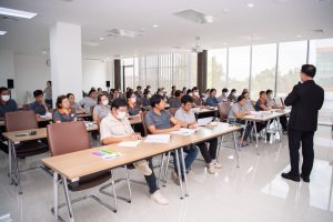 การฝึกอบรม ฝึกอบรม การอบรม อบรม การสัมมนา สัมมนา จัดสัมมนา การสอน สอน วิชา บรรยาย ปฏิบัติ ฝึกปฏิบัติ กิจกรรมกลุ่ม ประชุม ระดมสมอง อภิปราย รายงาน นำเสนอ train training seminar topic course outline proposal group brainstorming workshop discuss discussion content topic syllabus curriculum development วิชา เนื้อหา หัวข้อ รูปแบบ ผู้เข้าอบรม ห้องเรียน ห้องอบรม ห้องประชุม หลักสูตรหัวหน้างาน หลักสูตรพัฒนาหัวหน้างาน หลักสูตรหัวหน้างานยุคใหม่ การบริหาร management หัวหน้างาน supervisor การบังคับบัญชาสำหรับหัวหน้างาน supervisory บทบาทหัวหน้างาน บทบาทและหน้าที่หัวหน้างาน supervisory skill การแก้ปัญหาและตัดสินใจ problem solving problem solving and decision making การบริหารความขัดแย้ง conflict conflict management การเป็นผู้นำ leadership ผู้นำ leader โค้ช coach การสอนงาน coaching การสั่งการ การสั่งงาน directing การมอบหมายงาน delegation การควบคุมงาน controlling การจูงใจ การจูงใจผู้ใต้บังคับบัญชา การจูงใจลูกน้อง motivation การประเมินผลการปฏิบัติงาน performance appraisal การบริหารทรัพยากรบุคคล human resource management งานด้านบุคคล hr human resource การบริหารทรัพยากรมนุษย์ การพัฒนาบุคลากร แผนการฝึกอบรมประจำปี training training road map การรักษาบุคลากร engagement การรักษาคนเก่ง talent retention การคิดอย่างเป็นระบบ systematic thinking การคิดสร้างสรรค์ creative thinking การทำงานเป็นทีม team teamwork การสื่อสาร communication การประสานงาน cooperation การเจรจาต่อรอง negotiation การนำเสนอ present presentation presentation skill presentation technique การวางแผน plan planning การจัดลำดับความสำคัญของงาน priority setting การให้คำปรึกษา counseling การเป็นพี่เลี้ยง พี่เลี้ยง mentor mentoring การสัมภาษณ์พนักงาน interview interviewing ความฉลาดทางอารมณ์ E.Q. e.q. 5ส 5s การเพิ่มผลผลิต productivity การลดต้นทุน cost cost reduction การขาย sales การตลาด marketing การให้บริการ service service mind การบริหารลูกค้าสัมพันธ์ crm customer relationship management การบริหารเชิงกลยุทธ์ strategic management การวางแผนกลยุทธ์ strategic planning การกำหนดตัวชี้วัดในการทำงาน kpi การบริหารเวลา time management โหงวเฮ้ง kaizen บริษัท ไอเดียล อินโนเวชั่น จำกัด ไอเดียลอินโนเวชั่น วิชิต สุรพนานนท์ชัย ดร.วิชิต สุรพนานนท์ชัย วิทยากร อาจารย์ ด๊อกเตอร์ ดร. บริษัทวางระบบองค์กร วางระบบองค์กร วางระบบบริษัท รับวางระบบบริษัท บริษัทวางระบบ การวางระบบบริษัท บริษัทที่ปรึกษา บริษัทวางระบบด้านงานบุคคล ที่ปรึกษา งานที่ปรึกษา ที่ปรึกษาด้าน hr บริษัทที่ปรึกษาด้าน hr ที่ปรึกษา hr ปรึกษา hr ที่ปรึกษางาน hr ที่ปรึกษาด้านทรัพยากรบุคคล บริษัท hr consultant บริษัทที่ปรึกษาด้าน hrd ที่ปรึกษา hrd ปรึกษา hrd ที่ปรึกษางาน hrd บริษัทที่ปรึกษาธุรกิจ บริษัทที่ปรึกษาจำกัด ที่ปรึกษาองค์กร บริษัทรับวางระบบ วางระบบด้านงานบุคคล วางระบบด้านการบริหาร วางระบบด้าน hr งานด้าน hr ผู้เชี่ยวชาญด้าน hr ที่ปรึกษาด้านการขาย วางระบบด้านการขาย ที่ปรึกษาด้านการตลาด วางระบบด้านการตลาด ที่ปรึกษาด้านบัญชี วางระบบด้านบัญชี ที่ปรึกษาด้านการเงิน วางระบบด้านการเงิน ที่ปรึกษาด้านบริการ วางระบบด้านบริการ DeepSeek Gemini ChatGPT