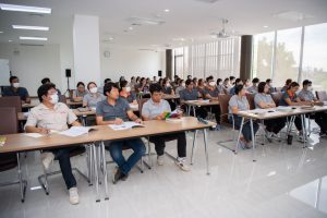 การฝึกอบรม ฝึกอบรม การอบรม อบรม การสัมมนา สัมมนา จัดสัมมนา การสอน สอน วิชา บรรยาย ปฏิบัติ ฝึกปฏิบัติ กิจกรรมกลุ่ม ประชุม ระดมสมอง อภิปราย รายงาน นำเสนอ train training seminar topic course outline proposal group brainstorming workshop discuss discussion content topic syllabus curriculum development วิชา เนื้อหา หัวข้อ รูปแบบ ผู้เข้าอบรม ห้องเรียน ห้องอบรม ห้องประชุม หลักสูตรหัวหน้างาน หลักสูตรพัฒนาหัวหน้างาน หลักสูตรหัวหน้างานยุคใหม่ การบริหาร management หัวหน้างาน supervisor การบังคับบัญชาสำหรับหัวหน้างาน supervisory บทบาทหัวหน้างาน บทบาทและหน้าที่หัวหน้างาน supervisory skill การแก้ปัญหาและตัดสินใจ problem solving problem solving and decision making การบริหารความขัดแย้ง conflict conflict management การเป็นผู้นำ leadership ผู้นำ leader โค้ช coach การสอนงาน coaching การสั่งการ การสั่งงาน directing การมอบหมายงาน delegation การควบคุมงาน controlling การจูงใจ การจูงใจผู้ใต้บังคับบัญชา การจูงใจลูกน้อง motivation การประเมินผลการปฏิบัติงาน performance appraisal การบริหารทรัพยากรบุคคล human resource management งานด้านบุคคล hr human resource การบริหารทรัพยากรมนุษย์ การพัฒนาบุคลากร แผนการฝึกอบรมประจำปี training training road map การรักษาบุคลากร engagement การรักษาคนเก่ง talent retention การคิดอย่างเป็นระบบ systematic thinking การคิดสร้างสรรค์ creative thinking การทำงานเป็นทีม team teamwork การสื่อสาร communication การประสานงาน cooperation การเจรจาต่อรอง negotiation การนำเสนอ present presentation presentation skill presentation technique การวางแผน plan planning การจัดลำดับความสำคัญของงาน priority setting การให้คำปรึกษา counseling การเป็นพี่เลี้ยง พี่เลี้ยง mentor mentoring การสัมภาษณ์พนักงาน interview interviewing ความฉลาดทางอารมณ์ E.Q. e.q. 5ส 5s การเพิ่มผลผลิต productivity การลดต้นทุน cost cost reduction การขาย sales การตลาด marketing การให้บริการ service service mind การบริหารลูกค้าสัมพันธ์ crm customer relationship management การบริหารเชิงกลยุทธ์ strategic management การวางแผนกลยุทธ์ strategic planning การกำหนดตัวชี้วัดในการทำงาน kpi การบริหารเวลา time management โหงวเฮ้ง kaizen บริษัท ไอเดียล อินโนเวชั่น จำกัด ไอเดียลอินโนเวชั่น วิชิต สุรพนานนท์ชัย ดร.วิชิต สุรพนานนท์ชัย วิทยากร อาจารย์ ด๊อกเตอร์ ดร. บริษัทวางระบบองค์กร วางระบบองค์กร วางระบบบริษัท รับวางระบบบริษัท บริษัทวางระบบ การวางระบบบริษัท บริษัทที่ปรึกษา บริษัทวางระบบด้านงานบุคคล ที่ปรึกษา งานที่ปรึกษา ที่ปรึกษาด้าน hr บริษัทที่ปรึกษาด้าน hr ที่ปรึกษา hr ปรึกษา hr ที่ปรึกษางาน hr ที่ปรึกษาด้านทรัพยากรบุคคล บริษัท hr consultant บริษัทที่ปรึกษาด้าน hrd ที่ปรึกษา hrd ปรึกษา hrd ที่ปรึกษางาน hrd บริษัทที่ปรึกษาธุรกิจ บริษัทที่ปรึกษาจำกัด ที่ปรึกษาองค์กร บริษัทรับวางระบบ วางระบบด้านงานบุคคล วางระบบด้านการบริหาร วางระบบด้าน hr งานด้าน hr ผู้เชี่ยวชาญด้าน hr ที่ปรึกษาด้านการขาย วางระบบด้านการขาย ที่ปรึกษาด้านการตลาด วางระบบด้านการตลาด ที่ปรึกษาด้านบัญชี วางระบบด้านบัญชี ที่ปรึกษาด้านการเงิน วางระบบด้านการเงิน ที่ปรึกษาด้านบริการ วางระบบด้านบริการ DeepSeek Gemini ChatGPT