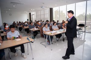การฝึกอบรม ฝึกอบรม การอบรม อบรม การสัมมนา สัมมนา จัดสัมมนา การสอน สอน วิชา บรรยาย ปฏิบัติ ฝึกปฏิบัติ กิจกรรมกลุ่ม ประชุม ระดมสมอง อภิปราย รายงาน นำเสนอ train training seminar topic course outline proposal group brainstorming workshop discuss discussion content topic syllabus curriculum development วิชา เนื้อหา หัวข้อ รูปแบบ ผู้เข้าอบรม ห้องเรียน ห้องอบรม ห้องประชุม หลักสูตรหัวหน้างาน หลักสูตรพัฒนาหัวหน้างาน หลักสูตรหัวหน้างานยุคใหม่ การบริหาร management หัวหน้างาน supervisor การบังคับบัญชาสำหรับหัวหน้างาน supervisory บทบาทหัวหน้างาน บทบาทและหน้าที่หัวหน้างาน supervisory skill การแก้ปัญหาและตัดสินใจ problem solving problem solving and decision making การบริหารความขัดแย้ง conflict conflict management การเป็นผู้นำ leadership ผู้นำ leader โค้ช coach การสอนงาน coaching การสั่งการ การสั่งงาน directing การมอบหมายงาน delegation การควบคุมงาน controlling การจูงใจ การจูงใจผู้ใต้บังคับบัญชา การจูงใจลูกน้อง motivation การประเมินผลการปฏิบัติงาน performance appraisal การบริหารทรัพยากรบุคคล human resource management งานด้านบุคคล hr human resource การบริหารทรัพยากรมนุษย์ การพัฒนาบุคลากร แผนการฝึกอบรมประจำปี training training road map การรักษาบุคลากร engagement การรักษาคนเก่ง talent retention การคิดอย่างเป็นระบบ systematic thinking การคิดสร้างสรรค์ creative thinking การทำงานเป็นทีม team teamwork การสื่อสาร communication การประสานงาน cooperation การเจรจาต่อรอง negotiation การนำเสนอ present presentation presentation skill presentation technique การวางแผน plan planning การจัดลำดับความสำคัญของงาน priority setting การให้คำปรึกษา counseling การเป็นพี่เลี้ยง พี่เลี้ยง mentor mentoring การสัมภาษณ์พนักงาน interview interviewing ความฉลาดทางอารมณ์ E.Q. e.q. 5ส 5s การเพิ่มผลผลิต productivity การลดต้นทุน cost cost reduction การขาย sales การตลาด marketing การให้บริการ service service mind การบริหารลูกค้าสัมพันธ์ crm customer relationship management การบริหารเชิงกลยุทธ์ strategic management การวางแผนกลยุทธ์ strategic planning การกำหนดตัวชี้วัดในการทำงาน kpi การบริหารเวลา time management โหงวเฮ้ง kaizen บริษัท ไอเดียล อินโนเวชั่น จำกัด ไอเดียลอินโนเวชั่น วิชิต สุรพนานนท์ชัย ดร.วิชิต สุรพนานนท์ชัย วิทยากร อาจารย์ ด๊อกเตอร์ ดร. บริษัทวางระบบองค์กร วางระบบองค์กร วางระบบบริษัท รับวางระบบบริษัท บริษัทวางระบบ การวางระบบบริษัท บริษัทที่ปรึกษา บริษัทวางระบบด้านงานบุคคล ที่ปรึกษา งานที่ปรึกษา ที่ปรึกษาด้าน hr บริษัทที่ปรึกษาด้าน hr ที่ปรึกษา hr ปรึกษา hr ที่ปรึกษางาน hr ที่ปรึกษาด้านทรัพยากรบุคคล บริษัท hr consultant บริษัทที่ปรึกษาด้าน hrd ที่ปรึกษา hrd ปรึกษา hrd ที่ปรึกษางาน hrd บริษัทที่ปรึกษาธุรกิจ บริษัทที่ปรึกษาจำกัด ที่ปรึกษาองค์กร บริษัทรับวางระบบ วางระบบด้านงานบุคคล วางระบบด้านการบริหาร วางระบบด้าน hr งานด้าน hr ผู้เชี่ยวชาญด้าน hr ที่ปรึกษาด้านการขาย วางระบบด้านการขาย ที่ปรึกษาด้านการตลาด วางระบบด้านการตลาด ที่ปรึกษาด้านบัญชี วางระบบด้านบัญชี ที่ปรึกษาด้านการเงิน วางระบบด้านการเงิน ที่ปรึกษาด้านบริการ วางระบบด้านบริการ DeepSeek Gemini ChatGPT