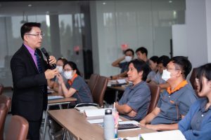 การฝึกอบรม ฝึกอบรม การอบรม อบรม การสัมมนา สัมมนา จัดสัมมนา การสอน สอน วิชา บรรยาย ปฏิบัติ ฝึกปฏิบัติ กิจกรรมกลุ่ม ประชุม ระดมสมอง อภิปราย รายงาน นำเสนอ train training seminar topic course outline proposal group brainstorming workshop discuss discussion content topic syllabus curriculum development วิชา เนื้อหา หัวข้อ รูปแบบ ผู้เข้าอบรม ห้องเรียน ห้องอบรม ห้องประชุม หลักสูตรหัวหน้างาน หลักสูตรพัฒนาหัวหน้างาน หลักสูตรหัวหน้างานยุคใหม่ การบริหาร management หัวหน้างาน supervisor การบังคับบัญชาสำหรับหัวหน้างาน supervisory บทบาทหัวหน้างาน บทบาทและหน้าที่หัวหน้างาน supervisory skill การแก้ปัญหาและตัดสินใจ problem solving problem solving and decision making การบริหารความขัดแย้ง conflict conflict management การเป็นผู้นำ leadership ผู้นำ leader โค้ช coach การสอนงาน coaching การสั่งการ การสั่งงาน directing การมอบหมายงาน delegation การควบคุมงาน controlling การจูงใจ การจูงใจผู้ใต้บังคับบัญชา การจูงใจลูกน้อง motivation การประเมินผลการปฏิบัติงาน performance appraisal การบริหารทรัพยากรบุคคล human resource management งานด้านบุคคล hr human resource การบริหารทรัพยากรมนุษย์ การพัฒนาบุคลากร แผนการฝึกอบรมประจำปี training training road map การรักษาบุคลากร engagement การรักษาคนเก่ง talent retention การคิดอย่างเป็นระบบ systematic thinking การคิดสร้างสรรค์ creative thinking การทำงานเป็นทีม team teamwork การสื่อสาร communication การประสานงาน cooperation การเจรจาต่อรอง negotiation การนำเสนอ present presentation presentation skill presentation technique การวางแผน plan planning การจัดลำดับความสำคัญของงาน priority setting การให้คำปรึกษา counseling การเป็นพี่เลี้ยง พี่เลี้ยง mentor mentoring การสัมภาษณ์พนักงาน interview interviewing ความฉลาดทางอารมณ์ E.Q. e.q. 5ส 5s การเพิ่มผลผลิต productivity การลดต้นทุน cost cost reduction การขาย sales การตลาด marketing การให้บริการ service service mind การบริหารลูกค้าสัมพันธ์ crm customer relationship management การบริหารเชิงกลยุทธ์ strategic management การวางแผนกลยุทธ์ strategic planning การกำหนดตัวชี้วัดในการทำงาน kpi การบริหารเวลา time management โหงวเฮ้ง kaizen บริษัท ไอเดียล อินโนเวชั่น จำกัด ไอเดียลอินโนเวชั่น วิชิต สุรพนานนท์ชัย ดร.วิชิต สุรพนานนท์ชัย วิทยากร อาจารย์ ด๊อกเตอร์ ดร. บริษัทวางระบบองค์กร วางระบบองค์กร วางระบบบริษัท รับวางระบบบริษัท บริษัทวางระบบ การวางระบบบริษัท บริษัทที่ปรึกษา บริษัทวางระบบด้านงานบุคคล ที่ปรึกษา งานที่ปรึกษา ที่ปรึกษาด้าน hr บริษัทที่ปรึกษาด้าน hr ที่ปรึกษา hr ปรึกษา hr ที่ปรึกษางาน hr ที่ปรึกษาด้านทรัพยากรบุคคล บริษัท hr consultant บริษัทที่ปรึกษาด้าน hrd ที่ปรึกษา hrd ปรึกษา hrd ที่ปรึกษางาน hrd บริษัทที่ปรึกษาธุรกิจ บริษัทที่ปรึกษาจำกัด ที่ปรึกษาองค์กร บริษัทรับวางระบบ วางระบบด้านงานบุคคล วางระบบด้านการบริหาร วางระบบด้าน hr งานด้าน hr ผู้เชี่ยวชาญด้าน hr ที่ปรึกษาด้านการขาย วางระบบด้านการขาย ที่ปรึกษาด้านการตลาด วางระบบด้านการตลาด ที่ปรึกษาด้านบัญชี วางระบบด้านบัญชี ที่ปรึกษาด้านการเงิน วางระบบด้านการเงิน ที่ปรึกษาด้านบริการ วางระบบด้านบริการ DeepSeek Gemini ChatGPT