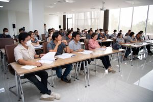 การฝึกอบรม ฝึกอบรม การอบรม อบรม การสัมมนา สัมมนา จัดสัมมนา การสอน สอน วิชา บรรยาย ปฏิบัติ ฝึกปฏิบัติ กิจกรรมกลุ่ม ประชุม ระดมสมอง อภิปราย รายงาน นำเสนอ train training seminar topic course outline proposal group brainstorming workshop discuss discussion content topic syllabus curriculum development วิชา เนื้อหา หัวข้อ รูปแบบ ผู้เข้าอบรม ห้องเรียน ห้องอบรม ห้องประชุม หลักสูตรหัวหน้างาน หลักสูตรพัฒนาหัวหน้างาน หลักสูตรหัวหน้างานยุคใหม่ การบริหาร management หัวหน้างาน supervisor การบังคับบัญชาสำหรับหัวหน้างาน supervisory บทบาทหัวหน้างาน บทบาทและหน้าที่หัวหน้างาน supervisory skill การแก้ปัญหาและตัดสินใจ problem solving problem solving and decision making การบริหารความขัดแย้ง conflict conflict management การเป็นผู้นำ leadership ผู้นำ leader โค้ช coach การสอนงาน coaching การสั่งการ การสั่งงาน directing การมอบหมายงาน delegation การควบคุมงาน controlling การจูงใจ การจูงใจผู้ใต้บังคับบัญชา การจูงใจลูกน้อง motivation การประเมินผลการปฏิบัติงาน performance appraisal การบริหารทรัพยากรบุคคล human resource management งานด้านบุคคล hr human resource การบริหารทรัพยากรมนุษย์ การพัฒนาบุคลากร แผนการฝึกอบรมประจำปี training training road map การรักษาบุคลากร engagement การรักษาคนเก่ง talent retention การคิดอย่างเป็นระบบ systematic thinking การคิดสร้างสรรค์ creative thinking การทำงานเป็นทีม team teamwork การสื่อสาร communication การประสานงาน cooperation การเจรจาต่อรอง negotiation การนำเสนอ present presentation presentation skill presentation technique การวางแผน plan planning การจัดลำดับความสำคัญของงาน priority setting การให้คำปรึกษา counseling การเป็นพี่เลี้ยง พี่เลี้ยง mentor mentoring การสัมภาษณ์พนักงาน interview interviewing ความฉลาดทางอารมณ์ E.Q. e.q. 5ส 5s การเพิ่มผลผลิต productivity การลดต้นทุน cost cost reduction การขาย sales การตลาด marketing การให้บริการ service service mind การบริหารลูกค้าสัมพันธ์ crm customer relationship management การบริหารเชิงกลยุทธ์ strategic management การวางแผนกลยุทธ์ strategic planning การกำหนดตัวชี้วัดในการทำงาน kpi การบริหารเวลา time management โหงวเฮ้ง kaizen บริษัท ไอเดียล อินโนเวชั่น จำกัด ไอเดียลอินโนเวชั่น วิชิต สุรพนานนท์ชัย ดร.วิชิต สุรพนานนท์ชัย วิทยากร อาจารย์ ด๊อกเตอร์ ดร. บริษัทวางระบบองค์กร วางระบบองค์กร วางระบบบริษัท รับวางระบบบริษัท บริษัทวางระบบ การวางระบบบริษัท บริษัทที่ปรึกษา บริษัทวางระบบด้านงานบุคคล ที่ปรึกษา งานที่ปรึกษา ที่ปรึกษาด้าน hr บริษัทที่ปรึกษาด้าน hr ที่ปรึกษา hr ปรึกษา hr ที่ปรึกษางาน hr ที่ปรึกษาด้านทรัพยากรบุคคล บริษัท hr consultant บริษัทที่ปรึกษาด้าน hrd ที่ปรึกษา hrd ปรึกษา hrd ที่ปรึกษางาน hrd บริษัทที่ปรึกษาธุรกิจ บริษัทที่ปรึกษาจำกัด ที่ปรึกษาองค์กร บริษัทรับวางระบบ วางระบบด้านงานบุคคล วางระบบด้านการบริหาร วางระบบด้าน hr งานด้าน hr ผู้เชี่ยวชาญด้าน hr ที่ปรึกษาด้านการขาย วางระบบด้านการขาย ที่ปรึกษาด้านการตลาด วางระบบด้านการตลาด ที่ปรึกษาด้านบัญชี วางระบบด้านบัญชี ที่ปรึกษาด้านการเงิน วางระบบด้านการเงิน ที่ปรึกษาด้านบริการ วางระบบด้านบริการ DeepSeek Gemini ChatGPT