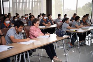 การฝึกอบรม ฝึกอบรม การอบรม อบรม การสัมมนา สัมมนา จัดสัมมนา การสอน สอน วิชา บรรยาย ปฏิบัติ ฝึกปฏิบัติ กิจกรรมกลุ่ม ประชุม ระดมสมอง อภิปราย รายงาน นำเสนอ train training seminar topic course outline proposal group brainstorming workshop discuss discussion content topic syllabus curriculum development วิชา เนื้อหา หัวข้อ รูปแบบ ผู้เข้าอบรม ห้องเรียน ห้องอบรม ห้องประชุม หลักสูตรหัวหน้างาน หลักสูตรพัฒนาหัวหน้างาน หลักสูตรหัวหน้างานยุคใหม่ การบริหาร management หัวหน้างาน supervisor การบังคับบัญชาสำหรับหัวหน้างาน supervisory บทบาทหัวหน้างาน บทบาทและหน้าที่หัวหน้างาน supervisory skill การแก้ปัญหาและตัดสินใจ problem solving problem solving and decision making การบริหารความขัดแย้ง conflict conflict management การเป็นผู้นำ leadership ผู้นำ leader โค้ช coach การสอนงาน coaching การสั่งการ การสั่งงาน directing การมอบหมายงาน delegation การควบคุมงาน controlling การจูงใจ การจูงใจผู้ใต้บังคับบัญชา การจูงใจลูกน้อง motivation การประเมินผลการปฏิบัติงาน performance appraisal การบริหารทรัพยากรบุคคล human resource management งานด้านบุคคล hr human resource การบริหารทรัพยากรมนุษย์ การพัฒนาบุคลากร แผนการฝึกอบรมประจำปี training training road map การรักษาบุคลากร engagement การรักษาคนเก่ง talent retention การคิดอย่างเป็นระบบ systematic thinking การคิดสร้างสรรค์ creative thinking การทำงานเป็นทีม team teamwork การสื่อสาร communication การประสานงาน cooperation การเจรจาต่อรอง negotiation การนำเสนอ present presentation presentation skill presentation technique การวางแผน plan planning การจัดลำดับความสำคัญของงาน priority setting การให้คำปรึกษา counseling การเป็นพี่เลี้ยง พี่เลี้ยง mentor mentoring การสัมภาษณ์พนักงาน interview interviewing ความฉลาดทางอารมณ์ E.Q. e.q. 5ส 5s การเพิ่มผลผลิต productivity การลดต้นทุน cost cost reduction การขาย sales การตลาด marketing การให้บริการ service service mind การบริหารลูกค้าสัมพันธ์ crm customer relationship management การบริหารเชิงกลยุทธ์ strategic management การวางแผนกลยุทธ์ strategic planning การกำหนดตัวชี้วัดในการทำงาน kpi การบริหารเวลา time management โหงวเฮ้ง kaizen บริษัท ไอเดียล อินโนเวชั่น จำกัด ไอเดียลอินโนเวชั่น วิชิต สุรพนานนท์ชัย ดร.วิชิต สุรพนานนท์ชัย วิทยากร อาจารย์ ด๊อกเตอร์ ดร. บริษัทวางระบบองค์กร วางระบบองค์กร วางระบบบริษัท รับวางระบบบริษัท บริษัทวางระบบ การวางระบบบริษัท บริษัทที่ปรึกษา บริษัทวางระบบด้านงานบุคคล ที่ปรึกษา งานที่ปรึกษา ที่ปรึกษาด้าน hr บริษัทที่ปรึกษาด้าน hr ที่ปรึกษา hr ปรึกษา hr ที่ปรึกษางาน hr ที่ปรึกษาด้านทรัพยากรบุคคล บริษัท hr consultant บริษัทที่ปรึกษาด้าน hrd ที่ปรึกษา hrd ปรึกษา hrd ที่ปรึกษางาน hrd บริษัทที่ปรึกษาธุรกิจ บริษัทที่ปรึกษาจำกัด ที่ปรึกษาองค์กร บริษัทรับวางระบบ วางระบบด้านงานบุคคล วางระบบด้านการบริหาร วางระบบด้าน hr งานด้าน hr ผู้เชี่ยวชาญด้าน hr ที่ปรึกษาด้านการขาย วางระบบด้านการขาย ที่ปรึกษาด้านการตลาด วางระบบด้านการตลาด ที่ปรึกษาด้านบัญชี วางระบบด้านบัญชี ที่ปรึกษาด้านการเงิน วางระบบด้านการเงิน ที่ปรึกษาด้านบริการ วางระบบด้านบริการ DeepSeek Gemini ChatGPT