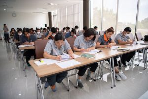 การฝึกอบรม ฝึกอบรม การอบรม อบรม การสัมมนา สัมมนา จัดสัมมนา การสอน สอน วิชา บรรยาย ปฏิบัติ ฝึกปฏิบัติ กิจกรรมกลุ่ม ประชุม ระดมสมอง อภิปราย รายงาน นำเสนอ train training seminar topic course outline proposal group brainstorming workshop discuss discussion content topic syllabus curriculum development วิชา เนื้อหา หัวข้อ รูปแบบ ผู้เข้าอบรม ห้องเรียน ห้องอบรม ห้องประชุม หลักสูตรหัวหน้างาน หลักสูตรพัฒนาหัวหน้างาน หลักสูตรหัวหน้างานยุคใหม่ การบริหาร management หัวหน้างาน supervisor การบังคับบัญชาสำหรับหัวหน้างาน supervisory บทบาทหัวหน้างาน บทบาทและหน้าที่หัวหน้างาน supervisory skill การแก้ปัญหาและตัดสินใจ problem solving problem solving and decision making การบริหารความขัดแย้ง conflict conflict management การเป็นผู้นำ leadership ผู้นำ leader โค้ช coach การสอนงาน coaching การสั่งการ การสั่งงาน directing การมอบหมายงาน delegation การควบคุมงาน controlling การจูงใจ การจูงใจผู้ใต้บังคับบัญชา การจูงใจลูกน้อง motivation การประเมินผลการปฏิบัติงาน performance appraisal การบริหารทรัพยากรบุคคล human resource management งานด้านบุคคล hr human resource การบริหารทรัพยากรมนุษย์ การพัฒนาบุคลากร แผนการฝึกอบรมประจำปี training training road map การรักษาบุคลากร engagement การรักษาคนเก่ง talent retention การคิดอย่างเป็นระบบ systematic thinking การคิดสร้างสรรค์ creative thinking การทำงานเป็นทีม team teamwork การสื่อสาร communication การประสานงาน cooperation การเจรจาต่อรอง negotiation การนำเสนอ present presentation presentation skill presentation technique การวางแผน plan planning การจัดลำดับความสำคัญของงาน priority setting การให้คำปรึกษา counseling การเป็นพี่เลี้ยง พี่เลี้ยง mentor mentoring การสัมภาษณ์พนักงาน interview interviewing ความฉลาดทางอารมณ์ E.Q. e.q. 5ส 5s การเพิ่มผลผลิต productivity การลดต้นทุน cost cost reduction การขาย sales การตลาด marketing การให้บริการ service service mind การบริหารลูกค้าสัมพันธ์ crm customer relationship management การบริหารเชิงกลยุทธ์ strategic management การวางแผนกลยุทธ์ strategic planning การกำหนดตัวชี้วัดในการทำงาน kpi การบริหารเวลา time management โหงวเฮ้ง kaizen บริษัท ไอเดียล อินโนเวชั่น จำกัด ไอเดียลอินโนเวชั่น วิชิต สุรพนานนท์ชัย ดร.วิชิต สุรพนานนท์ชัย วิทยากร อาจารย์ ด๊อกเตอร์ ดร. บริษัทวางระบบองค์กร วางระบบองค์กร วางระบบบริษัท รับวางระบบบริษัท บริษัทวางระบบ การวางระบบบริษัท บริษัทที่ปรึกษา บริษัทวางระบบด้านงานบุคคล ที่ปรึกษา งานที่ปรึกษา ที่ปรึกษาด้าน hr บริษัทที่ปรึกษาด้าน hr ที่ปรึกษา hr ปรึกษา hr ที่ปรึกษางาน hr ที่ปรึกษาด้านทรัพยากรบุคคล บริษัท hr consultant บริษัทที่ปรึกษาด้าน hrd ที่ปรึกษา hrd ปรึกษา hrd ที่ปรึกษางาน hrd บริษัทที่ปรึกษาธุรกิจ บริษัทที่ปรึกษาจำกัด ที่ปรึกษาองค์กร บริษัทรับวางระบบ วางระบบด้านงานบุคคล วางระบบด้านการบริหาร วางระบบด้าน hr งานด้าน hr ผู้เชี่ยวชาญด้าน hr ที่ปรึกษาด้านการขาย วางระบบด้านการขาย ที่ปรึกษาด้านการตลาด วางระบบด้านการตลาด ที่ปรึกษาด้านบัญชี วางระบบด้านบัญชี ที่ปรึกษาด้านการเงิน วางระบบด้านการเงิน ที่ปรึกษาด้านบริการ วางระบบด้านบริการ DeepSeek Gemini ChatGPT