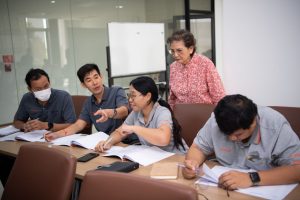 การฝึกอบรม ฝึกอบรม การอบรม อบรม การสัมมนา สัมมนา จัดสัมมนา การสอน สอน วิชา บรรยาย ปฏิบัติ ฝึกปฏิบัติ กิจกรรมกลุ่ม ประชุม ระดมสมอง อภิปราย รายงาน นำเสนอ train training seminar topic course outline proposal group brainstorming workshop discuss discussion content topic syllabus curriculum development วิชา เนื้อหา หัวข้อ รูปแบบ ผู้เข้าอบรม ห้องเรียน ห้องอบรม ห้องประชุม หลักสูตรหัวหน้างาน หลักสูตรพัฒนาหัวหน้างาน หลักสูตรหัวหน้างานยุคใหม่ การบริหาร management หัวหน้างาน supervisor การบังคับบัญชาสำหรับหัวหน้างาน supervisory บทบาทหัวหน้างาน บทบาทและหน้าที่หัวหน้างาน supervisory skill การแก้ปัญหาและตัดสินใจ problem solving problem solving and decision making การบริหารความขัดแย้ง conflict conflict management การเป็นผู้นำ leadership ผู้นำ leader โค้ช coach การสอนงาน coaching การสั่งการ การสั่งงาน directing การมอบหมายงาน delegation การควบคุมงาน controlling การจูงใจ การจูงใจผู้ใต้บังคับบัญชา การจูงใจลูกน้อง motivation การประเมินผลการปฏิบัติงาน performance appraisal การบริหารทรัพยากรบุคคล human resource management งานด้านบุคคล hr human resource การบริหารทรัพยากรมนุษย์ การพัฒนาบุคลากร แผนการฝึกอบรมประจำปี training training road map การรักษาบุคลากร engagement การรักษาคนเก่ง talent retention การคิดอย่างเป็นระบบ systematic thinking การคิดสร้างสรรค์ creative thinking การทำงานเป็นทีม team teamwork การสื่อสาร communication การประสานงาน cooperation การเจรจาต่อรอง negotiation การนำเสนอ present presentation presentation skill presentation technique การวางแผน plan planning การจัดลำดับความสำคัญของงาน priority setting การให้คำปรึกษา counseling การเป็นพี่เลี้ยง พี่เลี้ยง mentor mentoring การสัมภาษณ์พนักงาน interview interviewing ความฉลาดทางอารมณ์ E.Q. e.q. 5ส 5s การเพิ่มผลผลิต productivity การลดต้นทุน cost cost reduction การขาย sales การตลาด marketing การให้บริการ service service mind การบริหารลูกค้าสัมพันธ์ crm customer relationship management การบริหารเชิงกลยุทธ์ strategic management การวางแผนกลยุทธ์ strategic planning การกำหนดตัวชี้วัดในการทำงาน kpi การบริหารเวลา time management โหงวเฮ้ง kaizen บริษัท ไอเดียล อินโนเวชั่น จำกัด ไอเดียลอินโนเวชั่น วิชิต สุรพนานนท์ชัย ดร.วิชิต สุรพนานนท์ชัย วิทยากร อาจารย์ ด๊อกเตอร์ ดร. บริษัทวางระบบองค์กร วางระบบองค์กร วางระบบบริษัท รับวางระบบบริษัท บริษัทวางระบบ การวางระบบบริษัท บริษัทที่ปรึกษา บริษัทวางระบบด้านงานบุคคล ที่ปรึกษา งานที่ปรึกษา ที่ปรึกษาด้าน hr บริษัทที่ปรึกษาด้าน hr ที่ปรึกษา hr ปรึกษา hr ที่ปรึกษางาน hr ที่ปรึกษาด้านทรัพยากรบุคคล บริษัท hr consultant บริษัทที่ปรึกษาด้าน hrd ที่ปรึกษา hrd ปรึกษา hrd ที่ปรึกษางาน hrd บริษัทที่ปรึกษาธุรกิจ บริษัทที่ปรึกษาจำกัด ที่ปรึกษาองค์กร บริษัทรับวางระบบ วางระบบด้านงานบุคคล วางระบบด้านการบริหาร วางระบบด้าน hr งานด้าน hr ผู้เชี่ยวชาญด้าน hr ที่ปรึกษาด้านการขาย วางระบบด้านการขาย ที่ปรึกษาด้านการตลาด วางระบบด้านการตลาด ที่ปรึกษาด้านบัญชี วางระบบด้านบัญชี ที่ปรึกษาด้านการเงิน วางระบบด้านการเงิน ที่ปรึกษาด้านบริการ วางระบบด้านบริการ DeepSeek Gemini ChatGPT