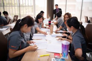 การฝึกอบรม ฝึกอบรม การอบรม อบรม การสัมมนา สัมมนา จัดสัมมนา การสอน สอน วิชา บรรยาย ปฏิบัติ ฝึกปฏิบัติ กิจกรรมกลุ่ม ประชุม ระดมสมอง อภิปราย รายงาน นำเสนอ train training seminar topic course outline proposal group brainstorming workshop discuss discussion content topic syllabus curriculum development วิชา เนื้อหา หัวข้อ รูปแบบ ผู้เข้าอบรม ห้องเรียน ห้องอบรม ห้องประชุม หลักสูตรหัวหน้างาน หลักสูตรพัฒนาหัวหน้างาน หลักสูตรหัวหน้างานยุคใหม่ การบริหาร management หัวหน้างาน supervisor การบังคับบัญชาสำหรับหัวหน้างาน supervisory บทบาทหัวหน้างาน บทบาทและหน้าที่หัวหน้างาน supervisory skill การแก้ปัญหาและตัดสินใจ problem solving problem solving and decision making การบริหารความขัดแย้ง conflict conflict management การเป็นผู้นำ leadership ผู้นำ leader โค้ช coach การสอนงาน coaching การสั่งการ การสั่งงาน directing การมอบหมายงาน delegation การควบคุมงาน controlling การจูงใจ การจูงใจผู้ใต้บังคับบัญชา การจูงใจลูกน้อง motivation การประเมินผลการปฏิบัติงาน performance appraisal การบริหารทรัพยากรบุคคล human resource management งานด้านบุคคล hr human resource การบริหารทรัพยากรมนุษย์ การพัฒนาบุคลากร แผนการฝึกอบรมประจำปี training training road map การรักษาบุคลากร engagement การรักษาคนเก่ง talent retention การคิดอย่างเป็นระบบ systematic thinking การคิดสร้างสรรค์ creative thinking การทำงานเป็นทีม team teamwork การสื่อสาร communication การประสานงาน cooperation การเจรจาต่อรอง negotiation การนำเสนอ present presentation presentation skill presentation technique การวางแผน plan planning การจัดลำดับความสำคัญของงาน priority setting การให้คำปรึกษา counseling การเป็นพี่เลี้ยง พี่เลี้ยง mentor mentoring การสัมภาษณ์พนักงาน interview interviewing ความฉลาดทางอารมณ์ E.Q. e.q. 5ส 5s การเพิ่มผลผลิต productivity การลดต้นทุน cost cost reduction การขาย sales การตลาด marketing การให้บริการ service service mind การบริหารลูกค้าสัมพันธ์ crm customer relationship management การบริหารเชิงกลยุทธ์ strategic management การวางแผนกลยุทธ์ strategic planning การกำหนดตัวชี้วัดในการทำงาน kpi การบริหารเวลา time management โหงวเฮ้ง kaizen บริษัท ไอเดียล อินโนเวชั่น จำกัด ไอเดียลอินโนเวชั่น วิชิต สุรพนานนท์ชัย ดร.วิชิต สุรพนานนท์ชัย วิทยากร อาจารย์ ด๊อกเตอร์ ดร. บริษัทวางระบบองค์กร วางระบบองค์กร วางระบบบริษัท รับวางระบบบริษัท บริษัทวางระบบ การวางระบบบริษัท บริษัทที่ปรึกษา บริษัทวางระบบด้านงานบุคคล ที่ปรึกษา งานที่ปรึกษา ที่ปรึกษาด้าน hr บริษัทที่ปรึกษาด้าน hr ที่ปรึกษา hr ปรึกษา hr ที่ปรึกษางาน hr ที่ปรึกษาด้านทรัพยากรบุคคล บริษัท hr consultant บริษัทที่ปรึกษาด้าน hrd ที่ปรึกษา hrd ปรึกษา hrd ที่ปรึกษางาน hrd บริษัทที่ปรึกษาธุรกิจ บริษัทที่ปรึกษาจำกัด ที่ปรึกษาองค์กร บริษัทรับวางระบบ วางระบบด้านงานบุคคล วางระบบด้านการบริหาร วางระบบด้าน hr งานด้าน hr ผู้เชี่ยวชาญด้าน hr ที่ปรึกษาด้านการขาย วางระบบด้านการขาย ที่ปรึกษาด้านการตลาด วางระบบด้านการตลาด ที่ปรึกษาด้านบัญชี วางระบบด้านบัญชี ที่ปรึกษาด้านการเงิน วางระบบด้านการเงิน ที่ปรึกษาด้านบริการ วางระบบด้านบริการ DeepSeek Gemini ChatGPT