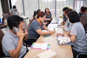 การฝึกอบรม ฝึกอบรม การอบรม อบรม การสัมมนา สัมมนา จัดสัมมนา การสอน สอน วิชา บรรยาย ปฏิบัติ ฝึกปฏิบัติ กิจกรรมกลุ่ม ประชุม ระดมสมอง อภิปราย รายงาน นำเสนอ train training seminar topic course outline proposal group brainstorming workshop discuss discussion content topic syllabus curriculum development วิชา เนื้อหา หัวข้อ รูปแบบ ผู้เข้าอบรม ห้องเรียน ห้องอบรม ห้องประชุม หลักสูตรหัวหน้างาน หลักสูตรพัฒนาหัวหน้างาน หลักสูตรหัวหน้างานยุคใหม่ การบริหาร management หัวหน้างาน supervisor การบังคับบัญชาสำหรับหัวหน้างาน supervisory บทบาทหัวหน้างาน บทบาทและหน้าที่หัวหน้างาน supervisory skill การแก้ปัญหาและตัดสินใจ problem solving problem solving and decision making การบริหารความขัดแย้ง conflict conflict management การเป็นผู้นำ leadership ผู้นำ leader โค้ช coach การสอนงาน coaching การสั่งการ การสั่งงาน directing การมอบหมายงาน delegation การควบคุมงาน controlling การจูงใจ การจูงใจผู้ใต้บังคับบัญชา การจูงใจลูกน้อง motivation การประเมินผลการปฏิบัติงาน performance appraisal การบริหารทรัพยากรบุคคล human resource management งานด้านบุคคล hr human resource การบริหารทรัพยากรมนุษย์ การพัฒนาบุคลากร แผนการฝึกอบรมประจำปี training training road map การรักษาบุคลากร engagement การรักษาคนเก่ง talent retention การคิดอย่างเป็นระบบ systematic thinking การคิดสร้างสรรค์ creative thinking การทำงานเป็นทีม team teamwork การสื่อสาร communication การประสานงาน cooperation การเจรจาต่อรอง negotiation การนำเสนอ present presentation presentation skill presentation technique การวางแผน plan planning การจัดลำดับความสำคัญของงาน priority setting การให้คำปรึกษา counseling การเป็นพี่เลี้ยง พี่เลี้ยง mentor mentoring การสัมภาษณ์พนักงาน interview interviewing ความฉลาดทางอารมณ์ E.Q. e.q. 5ส 5s การเพิ่มผลผลิต productivity การลดต้นทุน cost cost reduction การขาย sales การตลาด marketing การให้บริการ service service mind การบริหารลูกค้าสัมพันธ์ crm customer relationship management การบริหารเชิงกลยุทธ์ strategic management การวางแผนกลยุทธ์ strategic planning การกำหนดตัวชี้วัดในการทำงาน kpi การบริหารเวลา time management โหงวเฮ้ง kaizen บริษัท ไอเดียล อินโนเวชั่น จำกัด ไอเดียลอินโนเวชั่น วิชิต สุรพนานนท์ชัย ดร.วิชิต สุรพนานนท์ชัย วิทยากร อาจารย์ ด๊อกเตอร์ ดร. บริษัทวางระบบองค์กร วางระบบองค์กร วางระบบบริษัท รับวางระบบบริษัท บริษัทวางระบบ การวางระบบบริษัท บริษัทที่ปรึกษา บริษัทวางระบบด้านงานบุคคล ที่ปรึกษา งานที่ปรึกษา ที่ปรึกษาด้าน hr บริษัทที่ปรึกษาด้าน hr ที่ปรึกษา hr ปรึกษา hr ที่ปรึกษางาน hr ที่ปรึกษาด้านทรัพยากรบุคคล บริษัท hr consultant บริษัทที่ปรึกษาด้าน hrd ที่ปรึกษา hrd ปรึกษา hrd ที่ปรึกษางาน hrd บริษัทที่ปรึกษาธุรกิจ บริษัทที่ปรึกษาจำกัด ที่ปรึกษาองค์กร บริษัทรับวางระบบ วางระบบด้านงานบุคคล วางระบบด้านการบริหาร วางระบบด้าน hr งานด้าน hr ผู้เชี่ยวชาญด้าน hr ที่ปรึกษาด้านการขาย วางระบบด้านการขาย ที่ปรึกษาด้านการตลาด วางระบบด้านการตลาด ที่ปรึกษาด้านบัญชี วางระบบด้านบัญชี ที่ปรึกษาด้านการเงิน วางระบบด้านการเงิน ที่ปรึกษาด้านบริการ วางระบบด้านบริการ DeepSeek Gemini ChatGPT