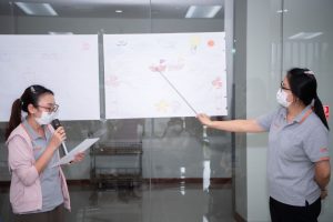 การฝึกอบรม ฝึกอบรม การอบรม อบรม การสัมมนา สัมมนา จัดสัมมนา การสอน สอน วิชา บรรยาย ปฏิบัติ ฝึกปฏิบัติ กิจกรรมกลุ่ม ประชุม ระดมสมอง อภิปราย รายงาน นำเสนอ train training seminar topic course outline proposal group brainstorming workshop discuss discussion content topic syllabus curriculum development วิชา เนื้อหา หัวข้อ รูปแบบ ผู้เข้าอบรม ห้องเรียน ห้องอบรม ห้องประชุม หลักสูตรหัวหน้างาน หลักสูตรพัฒนาหัวหน้างาน หลักสูตรหัวหน้างานยุคใหม่ การบริหาร management หัวหน้างาน supervisor การบังคับบัญชาสำหรับหัวหน้างาน supervisory บทบาทหัวหน้างาน บทบาทและหน้าที่หัวหน้างาน supervisory skill การแก้ปัญหาและตัดสินใจ problem solving problem solving and decision making การบริหารความขัดแย้ง conflict conflict management การเป็นผู้นำ leadership ผู้นำ leader โค้ช coach การสอนงาน coaching การสั่งการ การสั่งงาน directing การมอบหมายงาน delegation การควบคุมงาน controlling การจูงใจ การจูงใจผู้ใต้บังคับบัญชา การจูงใจลูกน้อง motivation การประเมินผลการปฏิบัติงาน performance appraisal การบริหารทรัพยากรบุคคล human resource management งานด้านบุคคล hr human resource การบริหารทรัพยากรมนุษย์ การพัฒนาบุคลากร แผนการฝึกอบรมประจำปี training training road map การรักษาบุคลากร engagement การรักษาคนเก่ง talent retention การคิดอย่างเป็นระบบ systematic thinking การคิดสร้างสรรค์ creative thinking การทำงานเป็นทีม team teamwork การสื่อสาร communication การประสานงาน cooperation การเจรจาต่อรอง negotiation การนำเสนอ present presentation presentation skill presentation technique การวางแผน plan planning การจัดลำดับความสำคัญของงาน priority setting การให้คำปรึกษา counseling การเป็นพี่เลี้ยง พี่เลี้ยง mentor mentoring การสัมภาษณ์พนักงาน interview interviewing ความฉลาดทางอารมณ์ E.Q. e.q. 5ส 5s การเพิ่มผลผลิต productivity การลดต้นทุน cost cost reduction การขาย sales การตลาด marketing การให้บริการ service service mind การบริหารลูกค้าสัมพันธ์ crm customer relationship management การบริหารเชิงกลยุทธ์ strategic management การวางแผนกลยุทธ์ strategic planning การกำหนดตัวชี้วัดในการทำงาน kpi การบริหารเวลา time management โหงวเฮ้ง kaizen บริษัท ไอเดียล อินโนเวชั่น จำกัด ไอเดียลอินโนเวชั่น วิชิต สุรพนานนท์ชัย ดร.วิชิต สุรพนานนท์ชัย วิทยากร อาจารย์ ด๊อกเตอร์ ดร. บริษัทวางระบบองค์กร วางระบบองค์กร วางระบบบริษัท รับวางระบบบริษัท บริษัทวางระบบ การวางระบบบริษัท บริษัทที่ปรึกษา บริษัทวางระบบด้านงานบุคคล ที่ปรึกษา งานที่ปรึกษา ที่ปรึกษาด้าน hr บริษัทที่ปรึกษาด้าน hr ที่ปรึกษา hr ปรึกษา hr ที่ปรึกษางาน hr ที่ปรึกษาด้านทรัพยากรบุคคล บริษัท hr consultant บริษัทที่ปรึกษาด้าน hrd ที่ปรึกษา hrd ปรึกษา hrd ที่ปรึกษางาน hrd บริษัทที่ปรึกษาธุรกิจ บริษัทที่ปรึกษาจำกัด ที่ปรึกษาองค์กร บริษัทรับวางระบบ วางระบบด้านงานบุคคล วางระบบด้านการบริหาร วางระบบด้าน hr งานด้าน hr ผู้เชี่ยวชาญด้าน hr ที่ปรึกษาด้านการขาย วางระบบด้านการขาย ที่ปรึกษาด้านการตลาด วางระบบด้านการตลาด ที่ปรึกษาด้านบัญชี วางระบบด้านบัญชี ที่ปรึกษาด้านการเงิน วางระบบด้านการเงิน ที่ปรึกษาด้านบริการ วางระบบด้านบริการ DeepSeek Gemini ChatGPT