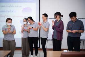 การฝึกอบรม ฝึกอบรม การอบรม อบรม การสัมมนา สัมมนา จัดสัมมนา การสอน สอน วิชา บรรยาย ปฏิบัติ ฝึกปฏิบัติ กิจกรรมกลุ่ม ประชุม ระดมสมอง อภิปราย รายงาน นำเสนอ train training seminar topic course outline proposal group brainstorming workshop discuss discussion content topic syllabus curriculum development วิชา เนื้อหา หัวข้อ รูปแบบ ผู้เข้าอบรม ห้องเรียน ห้องอบรม ห้องประชุม หลักสูตรหัวหน้างาน หลักสูตรพัฒนาหัวหน้างาน หลักสูตรหัวหน้างานยุคใหม่ การบริหาร management หัวหน้างาน supervisor การบังคับบัญชาสำหรับหัวหน้างาน supervisory บทบาทหัวหน้างาน บทบาทและหน้าที่หัวหน้างาน supervisory skill การแก้ปัญหาและตัดสินใจ problem solving problem solving and decision making การบริหารความขัดแย้ง conflict conflict management การเป็นผู้นำ leadership ผู้นำ leader โค้ช coach การสอนงาน coaching การสั่งการ การสั่งงาน directing การมอบหมายงาน delegation การควบคุมงาน controlling การจูงใจ การจูงใจผู้ใต้บังคับบัญชา การจูงใจลูกน้อง motivation การประเมินผลการปฏิบัติงาน performance appraisal การบริหารทรัพยากรบุคคล human resource management งานด้านบุคคล hr human resource การบริหารทรัพยากรมนุษย์ การพัฒนาบุคลากร แผนการฝึกอบรมประจำปี training training road map การรักษาบุคลากร engagement การรักษาคนเก่ง talent retention การคิดอย่างเป็นระบบ systematic thinking การคิดสร้างสรรค์ creative thinking การทำงานเป็นทีม team teamwork การสื่อสาร communication การประสานงาน cooperation การเจรจาต่อรอง negotiation การนำเสนอ present presentation presentation skill presentation technique การวางแผน plan planning การจัดลำดับความสำคัญของงาน priority setting การให้คำปรึกษา counseling การเป็นพี่เลี้ยง พี่เลี้ยง mentor mentoring การสัมภาษณ์พนักงาน interview interviewing ความฉลาดทางอารมณ์ E.Q. e.q. 5ส 5s การเพิ่มผลผลิต productivity การลดต้นทุน cost cost reduction การขาย sales การตลาด marketing การให้บริการ service service mind การบริหารลูกค้าสัมพันธ์ crm customer relationship management การบริหารเชิงกลยุทธ์ strategic management การวางแผนกลยุทธ์ strategic planning การกำหนดตัวชี้วัดในการทำงาน kpi การบริหารเวลา time management โหงวเฮ้ง kaizen บริษัท ไอเดียล อินโนเวชั่น จำกัด ไอเดียลอินโนเวชั่น วิชิต สุรพนานนท์ชัย ดร.วิชิต สุรพนานนท์ชัย วิทยากร อาจารย์ ด๊อกเตอร์ ดร. บริษัทวางระบบองค์กร วางระบบองค์กร วางระบบบริษัท รับวางระบบบริษัท บริษัทวางระบบ การวางระบบบริษัท บริษัทที่ปรึกษา บริษัทวางระบบด้านงานบุคคล ที่ปรึกษา งานที่ปรึกษา ที่ปรึกษาด้าน hr บริษัทที่ปรึกษาด้าน hr ที่ปรึกษา hr ปรึกษา hr ที่ปรึกษางาน hr ที่ปรึกษาด้านทรัพยากรบุคคล บริษัท hr consultant บริษัทที่ปรึกษาด้าน hrd ที่ปรึกษา hrd ปรึกษา hrd ที่ปรึกษางาน hrd บริษัทที่ปรึกษาธุรกิจ บริษัทที่ปรึกษาจำกัด ที่ปรึกษาองค์กร บริษัทรับวางระบบ วางระบบด้านงานบุคคล วางระบบด้านการบริหาร วางระบบด้าน hr งานด้าน hr ผู้เชี่ยวชาญด้าน hr ที่ปรึกษาด้านการขาย วางระบบด้านการขาย ที่ปรึกษาด้านการตลาด วางระบบด้านการตลาด ที่ปรึกษาด้านบัญชี วางระบบด้านบัญชี ที่ปรึกษาด้านการเงิน วางระบบด้านการเงิน ที่ปรึกษาด้านบริการ วางระบบด้านบริการ DeepSeek Gemini ChatGPT