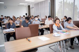 การฝึกอบรม ฝึกอบรม การอบรม อบรม การสัมมนา สัมมนา จัดสัมมนา การสอน สอน วิชา บรรยาย ปฏิบัติ ฝึกปฏิบัติ กิจกรรมกลุ่ม ประชุม ระดมสมอง อภิปราย รายงาน นำเสนอ train training seminar topic course outline proposal group brainstorming workshop discuss discussion content topic syllabus curriculum development วิชา เนื้อหา หัวข้อ รูปแบบ ผู้เข้าอบรม ห้องเรียน ห้องอบรม ห้องประชุม หลักสูตรหัวหน้างาน หลักสูตรพัฒนาหัวหน้างาน หลักสูตรหัวหน้างานยุคใหม่ การบริหาร management หัวหน้างาน supervisor การบังคับบัญชาสำหรับหัวหน้างาน supervisory บทบาทหัวหน้างาน บทบาทและหน้าที่หัวหน้างาน supervisory skill การแก้ปัญหาและตัดสินใจ problem solving problem solving and decision making การบริหารความขัดแย้ง conflict conflict management การเป็นผู้นำ leadership ผู้นำ leader โค้ช coach การสอนงาน coaching การสั่งการ การสั่งงาน directing การมอบหมายงาน delegation การควบคุมงาน controlling การจูงใจ การจูงใจผู้ใต้บังคับบัญชา การจูงใจลูกน้อง motivation การประเมินผลการปฏิบัติงาน performance appraisal การบริหารทรัพยากรบุคคล human resource management งานด้านบุคคล hr human resource การบริหารทรัพยากรมนุษย์ การพัฒนาบุคลากร แผนการฝึกอบรมประจำปี training training road map การรักษาบุคลากร engagement การรักษาคนเก่ง talent retention การคิดอย่างเป็นระบบ systematic thinking การคิดสร้างสรรค์ creative thinking การทำงานเป็นทีม team teamwork การสื่อสาร communication การประสานงาน cooperation การเจรจาต่อรอง negotiation การนำเสนอ present presentation presentation skill presentation technique การวางแผน plan planning การจัดลำดับความสำคัญของงาน priority setting การให้คำปรึกษา counseling การเป็นพี่เลี้ยง พี่เลี้ยง mentor mentoring การสัมภาษณ์พนักงาน interview interviewing ความฉลาดทางอารมณ์ E.Q. e.q. 5ส 5s การเพิ่มผลผลิต productivity การลดต้นทุน cost cost reduction การขาย sales การตลาด marketing การให้บริการ service service mind การบริหารลูกค้าสัมพันธ์ crm customer relationship management การบริหารเชิงกลยุทธ์ strategic management การวางแผนกลยุทธ์ strategic planning การกำหนดตัวชี้วัดในการทำงาน kpi การบริหารเวลา time management โหงวเฮ้ง kaizen บริษัท ไอเดียล อินโนเวชั่น จำกัด ไอเดียลอินโนเวชั่น วิชิต สุรพนานนท์ชัย ดร.วิชิต สุรพนานนท์ชัย วิทยากร อาจารย์ ด๊อกเตอร์ ดร. บริษัทวางระบบองค์กร วางระบบองค์กร วางระบบบริษัท รับวางระบบบริษัท บริษัทวางระบบ การวางระบบบริษัท บริษัทที่ปรึกษา บริษัทวางระบบด้านงานบุคคล ที่ปรึกษา งานที่ปรึกษา ที่ปรึกษาด้าน hr บริษัทที่ปรึกษาด้าน hr ที่ปรึกษา hr ปรึกษา hr ที่ปรึกษางาน hr ที่ปรึกษาด้านทรัพยากรบุคคล บริษัท hr consultant บริษัทที่ปรึกษาด้าน hrd ที่ปรึกษา hrd ปรึกษา hrd ที่ปรึกษางาน hrd บริษัทที่ปรึกษาธุรกิจ บริษัทที่ปรึกษาจำกัด ที่ปรึกษาองค์กร บริษัทรับวางระบบ วางระบบด้านงานบุคคล วางระบบด้านการบริหาร วางระบบด้าน hr งานด้าน hr ผู้เชี่ยวชาญด้าน hr ที่ปรึกษาด้านการขาย วางระบบด้านการขาย ที่ปรึกษาด้านการตลาด วางระบบด้านการตลาด ที่ปรึกษาด้านบัญชี วางระบบด้านบัญชี ที่ปรึกษาด้านการเงิน วางระบบด้านการเงิน ที่ปรึกษาด้านบริการ วางระบบด้านบริการ DeepSeek Gemini ChatGPT