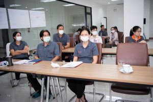 การฝึกอบรม ฝึกอบรม การอบรม อบรม การสัมมนา สัมมนา จัดสัมมนา การสอน สอน วิชา บรรยาย ปฏิบัติ ฝึกปฏิบัติ กิจกรรมกลุ่ม ประชุม ระดมสมอง อภิปราย รายงาน นำเสนอ train training seminar topic course outline proposal group brainstorming workshop discuss discussion content topic syllabus curriculum development วิชา เนื้อหา หัวข้อ รูปแบบ ผู้เข้าอบรม ห้องเรียน ห้องอบรม ห้องประชุม หลักสูตรหัวหน้างาน หลักสูตรพัฒนาหัวหน้างาน หลักสูตรหัวหน้างานยุคใหม่ การบริหาร management หัวหน้างาน supervisor การบังคับบัญชาสำหรับหัวหน้างาน supervisory บทบาทหัวหน้างาน บทบาทและหน้าที่หัวหน้างาน supervisory skill การแก้ปัญหาและตัดสินใจ problem solving problem solving and decision making การบริหารความขัดแย้ง conflict conflict management การเป็นผู้นำ leadership ผู้นำ leader โค้ช coach การสอนงาน coaching การสั่งการ การสั่งงาน directing การมอบหมายงาน delegation การควบคุมงาน controlling การจูงใจ การจูงใจผู้ใต้บังคับบัญชา การจูงใจลูกน้อง motivation การประเมินผลการปฏิบัติงาน performance appraisal การบริหารทรัพยากรบุคคล human resource management งานด้านบุคคล hr human resource การบริหารทรัพยากรมนุษย์ การพัฒนาบุคลากร แผนการฝึกอบรมประจำปี training training road map การรักษาบุคลากร engagement การรักษาคนเก่ง talent retention การคิดอย่างเป็นระบบ systematic thinking การคิดสร้างสรรค์ creative thinking การทำงานเป็นทีม team teamwork การสื่อสาร communication การประสานงาน cooperation การเจรจาต่อรอง negotiation การนำเสนอ present presentation presentation skill presentation technique การวางแผน plan planning การจัดลำดับความสำคัญของงาน priority setting การให้คำปรึกษา counseling การเป็นพี่เลี้ยง พี่เลี้ยง mentor mentoring การสัมภาษณ์พนักงาน interview interviewing ความฉลาดทางอารมณ์ E.Q. e.q. 5ส 5s การเพิ่มผลผลิต productivity การลดต้นทุน cost cost reduction การขาย sales การตลาด marketing การให้บริการ service service mind การบริหารลูกค้าสัมพันธ์ crm customer relationship management การบริหารเชิงกลยุทธ์ strategic management การวางแผนกลยุทธ์ strategic planning การกำหนดตัวชี้วัดในการทำงาน kpi การบริหารเวลา time management โหงวเฮ้ง kaizen บริษัท ไอเดียล อินโนเวชั่น จำกัด ไอเดียลอินโนเวชั่น วิชิต สุรพนานนท์ชัย ดร.วิชิต สุรพนานนท์ชัย วิทยากร อาจารย์ ด๊อกเตอร์ ดร. บริษัทวางระบบองค์กร วางระบบองค์กร วางระบบบริษัท รับวางระบบบริษัท บริษัทวางระบบ การวางระบบบริษัท บริษัทที่ปรึกษา บริษัทวางระบบด้านงานบุคคล ที่ปรึกษา งานที่ปรึกษา ที่ปรึกษาด้าน hr บริษัทที่ปรึกษาด้าน hr ที่ปรึกษา hr ปรึกษา hr ที่ปรึกษางาน hr ที่ปรึกษาด้านทรัพยากรบุคคล บริษัท hr consultant บริษัทที่ปรึกษาด้าน hrd ที่ปรึกษา hrd ปรึกษา hrd ที่ปรึกษางาน hrd บริษัทที่ปรึกษาธุรกิจ บริษัทที่ปรึกษาจำกัด ที่ปรึกษาองค์กร บริษัทรับวางระบบ วางระบบด้านงานบุคคล วางระบบด้านการบริหาร วางระบบด้าน hr งานด้าน hr ผู้เชี่ยวชาญด้าน hr ที่ปรึกษาด้านการขาย วางระบบด้านการขาย ที่ปรึกษาด้านการตลาด วางระบบด้านการตลาด ที่ปรึกษาด้านบัญชี วางระบบด้านบัญชี ที่ปรึกษาด้านการเงิน วางระบบด้านการเงิน ที่ปรึกษาด้านบริการ วางระบบด้านบริการ DeepSeek Gemini ChatGPT