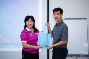 การฝึกอบรม ฝึกอบรม การอบรม อบรม การสัมมนา สัมมนา จัดสัมมนา การสอน สอน วิชา บรรยาย ปฏิบัติ ฝึกปฏิบัติ กิจกรรมกลุ่ม ประชุม ระดมสมอง อภิปราย รายงาน นำเสนอ train training seminar topic course outline proposal group brainstorming workshop discuss discussion content topic syllabus curriculum development วิชา เนื้อหา หัวข้อ รูปแบบ ผู้เข้าอบรม ห้องเรียน ห้องอบรม ห้องประชุม หลักสูตรหัวหน้างาน หลักสูตรพัฒนาหัวหน้างาน หลักสูตรหัวหน้างานยุคใหม่ การบริหาร management หัวหน้างาน supervisor การบังคับบัญชาสำหรับหัวหน้างาน supervisory บทบาทหัวหน้างาน บทบาทและหน้าที่หัวหน้างาน supervisory skill การแก้ปัญหาและตัดสินใจ problem solving problem solving and decision making การบริหารความขัดแย้ง conflict conflict management การเป็นผู้นำ leadership ผู้นำ leader โค้ช coach การสอนงาน coaching การสั่งการ การสั่งงาน directing การมอบหมายงาน delegation การควบคุมงาน controlling การจูงใจ การจูงใจผู้ใต้บังคับบัญชา การจูงใจลูกน้อง motivation การประเมินผลการปฏิบัติงาน performance appraisal การบริหารทรัพยากรบุคคล human resource management งานด้านบุคคล hr human resource การบริหารทรัพยากรมนุษย์ การพัฒนาบุคลากร แผนการฝึกอบรมประจำปี training training road map การรักษาบุคลากร engagement การรักษาคนเก่ง talent retention การคิดอย่างเป็นระบบ systematic thinking การคิดสร้างสรรค์ creative thinking การทำงานเป็นทีม team teamwork การสื่อสาร communication การประสานงาน cooperation การเจรจาต่อรอง negotiation การนำเสนอ present presentation presentation skill presentation technique การวางแผน plan planning การจัดลำดับความสำคัญของงาน priority setting การให้คำปรึกษา counseling การเป็นพี่เลี้ยง พี่เลี้ยง mentor mentoring การสัมภาษณ์พนักงาน interview interviewing ความฉลาดทางอารมณ์ E.Q. e.q. 5ส 5s การเพิ่มผลผลิต productivity การลดต้นทุน cost cost reduction การขาย sales การตลาด marketing การให้บริการ service service mind การบริหารลูกค้าสัมพันธ์ crm customer relationship management การบริหารเชิงกลยุทธ์ strategic management การวางแผนกลยุทธ์ strategic planning การกำหนดตัวชี้วัดในการทำงาน kpi การบริหารเวลา time management โหงวเฮ้ง kaizen บริษัท ไอเดียล อินโนเวชั่น จำกัด ไอเดียลอินโนเวชั่น วิชิต สุรพนานนท์ชัย ดร.วิชิต สุรพนานนท์ชัย วิทยากร อาจารย์ ด๊อกเตอร์ ดร. บริษัทวางระบบองค์กร วางระบบองค์กร วางระบบบริษัท รับวางระบบบริษัท บริษัทวางระบบ การวางระบบบริษัท บริษัทที่ปรึกษา บริษัทวางระบบด้านงานบุคคล ที่ปรึกษา งานที่ปรึกษา ที่ปรึกษาด้าน hr บริษัทที่ปรึกษาด้าน hr ที่ปรึกษา hr ปรึกษา hr ที่ปรึกษางาน hr ที่ปรึกษาด้านทรัพยากรบุคคล บริษัท hr consultant บริษัทที่ปรึกษาด้าน hrd ที่ปรึกษา hrd ปรึกษา hrd ที่ปรึกษางาน hrd บริษัทที่ปรึกษาธุรกิจ บริษัทที่ปรึกษาจำกัด ที่ปรึกษาองค์กร บริษัทรับวางระบบ วางระบบด้านงานบุคคล วางระบบด้านการบริหาร วางระบบด้าน hr งานด้าน hr ผู้เชี่ยวชาญด้าน hr ที่ปรึกษาด้านการขาย วางระบบด้านการขาย ที่ปรึกษาด้านการตลาด วางระบบด้านการตลาด ที่ปรึกษาด้านบัญชี วางระบบด้านบัญชี ที่ปรึกษาด้านการเงิน วางระบบด้านการเงิน ที่ปรึกษาด้านบริการ วางระบบด้านบริการ DeepSeek Gemini ChatGPT