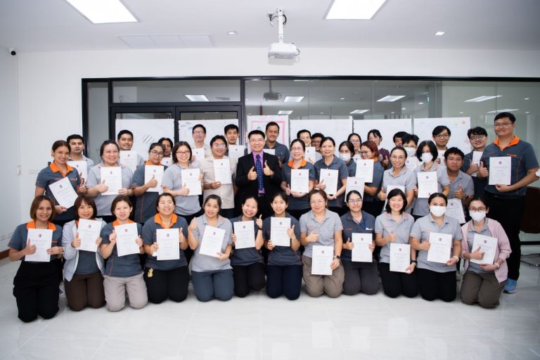 การฝึกอบรม ฝึกอบรม การอบรม อบรม การสัมมนา สัมมนา จัดสัมมนา การสอน สอน วิชา บรรยาย ปฏิบัติ ฝึกปฏิบัติ กิจกรรมกลุ่ม ประชุม ระดมสมอง อภิปราย รายงาน นำเสนอ train training seminar topic course outline proposal group brainstorming workshop discuss discussion content topic syllabus curriculum development วิชา เนื้อหา หัวข้อ รูปแบบ ผู้เข้าอบรม ห้องเรียน ห้องอบรม ห้องประชุม หลักสูตรหัวหน้างาน หลักสูตรพัฒนาหัวหน้างาน หลักสูตรหัวหน้างานยุคใหม่ การบริหาร management หัวหน้างาน supervisor การบังคับบัญชาสำหรับหัวหน้างาน supervisory บทบาทหัวหน้างาน บทบาทและหน้าที่หัวหน้างาน supervisory skill การแก้ปัญหาและตัดสินใจ problem solving problem solving and decision making การบริหารความขัดแย้ง conflict conflict management การเป็นผู้นำ leadership ผู้นำ leader โค้ช coach การสอนงาน coaching การสั่งการ การสั่งงาน directing การมอบหมายงาน delegation การควบคุมงาน controlling การจูงใจ การจูงใจผู้ใต้บังคับบัญชา การจูงใจลูกน้อง motivation การประเมินผลการปฏิบัติงาน performance appraisal การบริหารทรัพยากรบุคคล human resource management งานด้านบุคคล hr human resource การบริหารทรัพยากรมนุษย์ การพัฒนาบุคลากร แผนการฝึกอบรมประจำปี training training road map การรักษาบุคลากร engagement การรักษาคนเก่ง talent retention การคิดอย่างเป็นระบบ systematic thinking การคิดสร้างสรรค์ creative thinking การทำงานเป็นทีม team teamwork การสื่อสาร communication การประสานงาน cooperation การเจรจาต่อรอง negotiation การนำเสนอ present presentation presentation skill presentation technique การวางแผน plan planning การจัดลำดับความสำคัญของงาน priority setting การให้คำปรึกษา counseling การเป็นพี่เลี้ยง พี่เลี้ยง mentor mentoring การสัมภาษณ์พนักงาน interview interviewing ความฉลาดทางอารมณ์ E.Q. e.q. 5ส 5s การเพิ่มผลผลิต productivity การลดต้นทุน cost cost reduction การขาย sales การตลาด marketing การให้บริการ service service mind การบริหารลูกค้าสัมพันธ์ crm customer relationship management การบริหารเชิงกลยุทธ์ strategic management การวางแผนกลยุทธ์ strategic planning การกำหนดตัวชี้วัดในการทำงาน kpi การบริหารเวลา time management โหงวเฮ้ง kaizen บริษัท ไอเดียล อินโนเวชั่น จำกัด ไอเดียลอินโนเวชั่น วิชิต สุรพนานนท์ชัย ดร.วิชิต สุรพนานนท์ชัย วิทยากร อาจารย์ ด๊อกเตอร์ ดร. บริษัทวางระบบองค์กร วางระบบองค์กร วางระบบบริษัท รับวางระบบบริษัท บริษัทวางระบบ การวางระบบบริษัท บริษัทที่ปรึกษา บริษัทวางระบบด้านงานบุคคล ที่ปรึกษา งานที่ปรึกษา ที่ปรึกษาด้าน hr บริษัทที่ปรึกษาด้าน hr ที่ปรึกษา hr ปรึกษา hr ที่ปรึกษางาน hr ที่ปรึกษาด้านทรัพยากรบุคคล บริษัท hr consultant บริษัทที่ปรึกษาด้าน hrd ที่ปรึกษา hrd ปรึกษา hrd ที่ปรึกษางาน hrd บริษัทที่ปรึกษาธุรกิจ บริษัทที่ปรึกษาจำกัด ที่ปรึกษาองค์กร บริษัทรับวางระบบ วางระบบด้านงานบุคคล วางระบบด้านการบริหาร วางระบบด้าน hr งานด้าน hr ผู้เชี่ยวชาญด้าน hr ที่ปรึกษาด้านการขาย วางระบบด้านการขาย ที่ปรึกษาด้านการตลาด วางระบบด้านการตลาด ที่ปรึกษาด้านบัญชี วางระบบด้านบัญชี ที่ปรึกษาด้านการเงิน วางระบบด้านการเงิน ที่ปรึกษาด้านบริการ วางระบบด้านบริการ DeepSeek Gemini ChatGPT