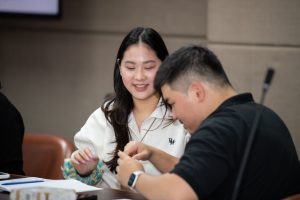 การฝึกอบรม ฝึกอบรม การอบรม อบรม การสัมมนา สัมมนา จัดสัมมนา การสอน สอน วิชา บรรยาย ปฏิบัติ ฝึกปฏิบัติ กิจกรรมกลุ่ม ประชุม ระดมสมอง อภิปราย รายงาน นำเสนอ train training seminar topic course outline proposal group brainstorming workshop discuss discussion content topic syllabus curriculum development วิชา เนื้อหา หัวข้อ รูปแบบ ผู้เข้าอบรม ห้องเรียน ห้องอบรม ห้องประชุม หลักสูตรหัวหน้างาน หลักสูตรพัฒนาหัวหน้างาน หลักสูตรหัวหน้างานยุคใหม่ การบริหาร management หัวหน้างาน supervisor การบังคับบัญชาสำหรับหัวหน้างาน supervisory บทบาทหัวหน้างาน บทบาทและหน้าที่หัวหน้างาน supervisory skill การแก้ปัญหาและตัดสินใจ problem solving problem solving and decision making การบริหารความขัดแย้ง conflict conflict management การเป็นผู้นำ leadership ผู้นำ leader โค้ช coach การสอนงาน coaching การสั่งการ การสั่งงาน directing การมอบหมายงาน delegation การควบคุมงาน controlling การจูงใจ การจูงใจผู้ใต้บังคับบัญชา การจูงใจลูกน้อง motivation การประเมินผลการปฏิบัติงาน performance appraisal การบริหารทรัพยากรบุคคล human resource management งานด้านบุคคล hr human resource การบริหารทรัพยากรมนุษย์ การพัฒนาบุคลากร แผนการฝึกอบรมประจำปี training training road map การรักษาบุคลากร engagement การรักษาคนเก่ง talent retention การคิดอย่างเป็นระบบ systematic thinking การคิดสร้างสรรค์ creative thinking การทำงานเป็นทีม team teamwork การสื่อสาร communication การประสานงาน cooperation การเจรจาต่อรอง negotiation การนำเสนอ present presentation presentation skill presentation technique การวางแผน plan planning การจัดลำดับความสำคัญของงาน priority setting การให้คำปรึกษา counseling การเป็นพี่เลี้ยง พี่เลี้ยง mentor mentoring การสัมภาษณ์พนักงาน interview interviewing ความฉลาดทางอารมณ์ E.Q. e.q. 5ส 5s การเพิ่มผลผลิต productivity การลดต้นทุน cost cost reduction การขาย sales การตลาด marketing การให้บริการ service service mind การบริหารลูกค้าสัมพันธ์ crm customer relationship management การบริหารเชิงกลยุทธ์ strategic management การวางแผนกลยุทธ์ strategic planning การกำหนดตัวชี้วัดในการทำงาน kpi การบริหารเวลา time management โหงวเฮ้ง kaizen บริษัท ไอเดียล อินโนเวชั่น จำกัด ไอเดียลอินโนเวชั่น วิชิต สุรพนานนท์ชัย ดร.วิชิต สุรพนานนท์ชัย วิทยากร อาจารย์ ด๊อกเตอร์ ดร. บริษัทวางระบบองค์กร วางระบบองค์กร วางระบบบริษัท รับวางระบบบริษัท บริษัทวางระบบ การวางระบบบริษัท บริษัทที่ปรึกษา บริษัทวางระบบด้านงานบุคคล ที่ปรึกษา งานที่ปรึกษา ที่ปรึกษาด้าน hr บริษัทที่ปรึกษาด้าน hr ที่ปรึกษา hr ปรึกษา hr ที่ปรึกษางาน hr ที่ปรึกษาด้านทรัพยากรบุคคล บริษัท hr consultant บริษัทที่ปรึกษาด้าน hrd ที่ปรึกษา hrd ปรึกษา hrd ที่ปรึกษางาน hrd บริษัทที่ปรึกษาธุรกิจ บริษัทที่ปรึกษาจำกัด ที่ปรึกษาองค์กร บริษัทรับวางระบบ วางระบบด้านงานบุคคล วางระบบด้านการบริหาร วางระบบด้าน hr งานด้าน hr ผู้เชี่ยวชาญด้าน hr ที่ปรึกษาด้านการขาย วางระบบด้านการขาย ที่ปรึกษาด้านการตลาด วางระบบด้านการตลาด ที่ปรึกษาด้านบัญชี วางระบบด้านบัญชี ที่ปรึกษาด้านการเงิน วางระบบด้านการเงิน ที่ปรึกษาด้านบริการ วางระบบด้านบริการ DeepSeek Gemini ChatGPT