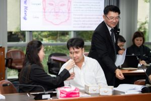 การฝึกอบรม ฝึกอบรม การอบรม อบรม การสัมมนา สัมมนา จัดสัมมนา การสอน สอน วิชา บรรยาย ปฏิบัติ ฝึกปฏิบัติ กิจกรรมกลุ่ม ประชุม ระดมสมอง อภิปราย รายงาน นำเสนอ train training seminar topic course outline proposal group brainstorming workshop discuss discussion content topic syllabus curriculum development วิชา เนื้อหา หัวข้อ รูปแบบ ผู้เข้าอบรม ห้องเรียน ห้องอบรม ห้องประชุม หลักสูตรหัวหน้างาน หลักสูตรพัฒนาหัวหน้างาน หลักสูตรหัวหน้างานยุคใหม่ การบริหาร management หัวหน้างาน supervisor การบังคับบัญชาสำหรับหัวหน้างาน supervisory บทบาทหัวหน้างาน บทบาทและหน้าที่หัวหน้างาน supervisory skill การแก้ปัญหาและตัดสินใจ problem solving problem solving and decision making การบริหารความขัดแย้ง conflict conflict management การเป็นผู้นำ leadership ผู้นำ leader โค้ช coach การสอนงาน coaching การสั่งการ การสั่งงาน directing การมอบหมายงาน delegation การควบคุมงาน controlling การจูงใจ การจูงใจผู้ใต้บังคับบัญชา การจูงใจลูกน้อง motivation การประเมินผลการปฏิบัติงาน performance appraisal การบริหารทรัพยากรบุคคล human resource management งานด้านบุคคล hr human resource การบริหารทรัพยากรมนุษย์ การพัฒนาบุคลากร แผนการฝึกอบรมประจำปี training training road map การรักษาบุคลากร engagement การรักษาคนเก่ง talent retention การคิดอย่างเป็นระบบ systematic thinking การคิดสร้างสรรค์ creative thinking การทำงานเป็นทีม team teamwork การสื่อสาร communication การประสานงาน cooperation การเจรจาต่อรอง negotiation การนำเสนอ present presentation presentation skill presentation technique การวางแผน plan planning การจัดลำดับความสำคัญของงาน priority setting การให้คำปรึกษา counseling การเป็นพี่เลี้ยง พี่เลี้ยง mentor mentoring การสัมภาษณ์พนักงาน interview interviewing ความฉลาดทางอารมณ์ E.Q. e.q. 5ส 5s การเพิ่มผลผลิต productivity การลดต้นทุน cost cost reduction การขาย sales การตลาด marketing การให้บริการ service service mind การบริหารลูกค้าสัมพันธ์ crm customer relationship management การบริหารเชิงกลยุทธ์ strategic management การวางแผนกลยุทธ์ strategic planning การกำหนดตัวชี้วัดในการทำงาน kpi การบริหารเวลา time management โหงวเฮ้ง kaizen บริษัท ไอเดียล อินโนเวชั่น จำกัด ไอเดียลอินโนเวชั่น วิชิต สุรพนานนท์ชัย ดร.วิชิต สุรพนานนท์ชัย วิทยากร อาจารย์ ด๊อกเตอร์ ดร. บริษัทวางระบบองค์กร วางระบบองค์กร วางระบบบริษัท รับวางระบบบริษัท บริษัทวางระบบ การวางระบบบริษัท บริษัทที่ปรึกษา บริษัทวางระบบด้านงานบุคคล ที่ปรึกษา งานที่ปรึกษา ที่ปรึกษาด้าน hr บริษัทที่ปรึกษาด้าน hr ที่ปรึกษา hr ปรึกษา hr ที่ปรึกษางาน hr ที่ปรึกษาด้านทรัพยากรบุคคล บริษัท hr consultant บริษัทที่ปรึกษาด้าน hrd ที่ปรึกษา hrd ปรึกษา hrd ที่ปรึกษางาน hrd บริษัทที่ปรึกษาธุรกิจ บริษัทที่ปรึกษาจำกัด ที่ปรึกษาองค์กร บริษัทรับวางระบบ วางระบบด้านงานบุคคล วางระบบด้านการบริหาร วางระบบด้าน hr งานด้าน hr ผู้เชี่ยวชาญด้าน hr ที่ปรึกษาด้านการขาย วางระบบด้านการขาย ที่ปรึกษาด้านการตลาด วางระบบด้านการตลาด ที่ปรึกษาด้านบัญชี วางระบบด้านบัญชี ที่ปรึกษาด้านการเงิน วางระบบด้านการเงิน ที่ปรึกษาด้านบริการ วางระบบด้านบริการ DeepSeek Gemini ChatGPT