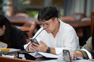 การฝึกอบรม ฝึกอบรม การอบรม อบรม การสัมมนา สัมมนา จัดสัมมนา การสอน สอน วิชา บรรยาย ปฏิบัติ ฝึกปฏิบัติ กิจกรรมกลุ่ม ประชุม ระดมสมอง อภิปราย รายงาน นำเสนอ train training seminar topic course outline proposal group brainstorming workshop discuss discussion content topic syllabus curriculum development วิชา เนื้อหา หัวข้อ รูปแบบ ผู้เข้าอบรม ห้องเรียน ห้องอบรม ห้องประชุม หลักสูตรหัวหน้างาน หลักสูตรพัฒนาหัวหน้างาน หลักสูตรหัวหน้างานยุคใหม่ การบริหาร management หัวหน้างาน supervisor การบังคับบัญชาสำหรับหัวหน้างาน supervisory บทบาทหัวหน้างาน บทบาทและหน้าที่หัวหน้างาน supervisory skill การแก้ปัญหาและตัดสินใจ problem solving problem solving and decision making การบริหารความขัดแย้ง conflict conflict management การเป็นผู้นำ leadership ผู้นำ leader โค้ช coach การสอนงาน coaching การสั่งการ การสั่งงาน directing การมอบหมายงาน delegation การควบคุมงาน controlling การจูงใจ การจูงใจผู้ใต้บังคับบัญชา การจูงใจลูกน้อง motivation การประเมินผลการปฏิบัติงาน performance appraisal การบริหารทรัพยากรบุคคล human resource management งานด้านบุคคล hr human resource การบริหารทรัพยากรมนุษย์ การพัฒนาบุคลากร แผนการฝึกอบรมประจำปี training training road map การรักษาบุคลากร engagement การรักษาคนเก่ง talent retention การคิดอย่างเป็นระบบ systematic thinking การคิดสร้างสรรค์ creative thinking การทำงานเป็นทีม team teamwork การสื่อสาร communication การประสานงาน cooperation การเจรจาต่อรอง negotiation การนำเสนอ present presentation presentation skill presentation technique การวางแผน plan planning การจัดลำดับความสำคัญของงาน priority setting การให้คำปรึกษา counseling การเป็นพี่เลี้ยง พี่เลี้ยง mentor mentoring การสัมภาษณ์พนักงาน interview interviewing ความฉลาดทางอารมณ์ E.Q. e.q. 5ส 5s การเพิ่มผลผลิต productivity การลดต้นทุน cost cost reduction การขาย sales การตลาด marketing การให้บริการ service service mind การบริหารลูกค้าสัมพันธ์ crm customer relationship management การบริหารเชิงกลยุทธ์ strategic management การวางแผนกลยุทธ์ strategic planning การกำหนดตัวชี้วัดในการทำงาน kpi การบริหารเวลา time management โหงวเฮ้ง kaizen บริษัท ไอเดียล อินโนเวชั่น จำกัด ไอเดียลอินโนเวชั่น วิชิต สุรพนานนท์ชัย ดร.วิชิต สุรพนานนท์ชัย วิทยากร อาจารย์ ด๊อกเตอร์ ดร. บริษัทวางระบบองค์กร วางระบบองค์กร วางระบบบริษัท รับวางระบบบริษัท บริษัทวางระบบ การวางระบบบริษัท บริษัทที่ปรึกษา บริษัทวางระบบด้านงานบุคคล ที่ปรึกษา งานที่ปรึกษา ที่ปรึกษาด้าน hr บริษัทที่ปรึกษาด้าน hr ที่ปรึกษา hr ปรึกษา hr ที่ปรึกษางาน hr ที่ปรึกษาด้านทรัพยากรบุคคล บริษัท hr consultant บริษัทที่ปรึกษาด้าน hrd ที่ปรึกษา hrd ปรึกษา hrd ที่ปรึกษางาน hrd บริษัทที่ปรึกษาธุรกิจ บริษัทที่ปรึกษาจำกัด ที่ปรึกษาองค์กร บริษัทรับวางระบบ วางระบบด้านงานบุคคล วางระบบด้านการบริหาร วางระบบด้าน hr งานด้าน hr ผู้เชี่ยวชาญด้าน hr ที่ปรึกษาด้านการขาย วางระบบด้านการขาย ที่ปรึกษาด้านการตลาด วางระบบด้านการตลาด ที่ปรึกษาด้านบัญชี วางระบบด้านบัญชี ที่ปรึกษาด้านการเงิน วางระบบด้านการเงิน ที่ปรึกษาด้านบริการ วางระบบด้านบริการ DeepSeek Gemini ChatGPT