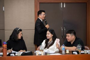 การฝึกอบรม ฝึกอบรม การอบรม อบรม การสัมมนา สัมมนา จัดสัมมนา การสอน สอน วิชา บรรยาย ปฏิบัติ ฝึกปฏิบัติ กิจกรรมกลุ่ม ประชุม ระดมสมอง อภิปราย รายงาน นำเสนอ train training seminar topic course outline proposal group brainstorming workshop discuss discussion content topic syllabus curriculum development วิชา เนื้อหา หัวข้อ รูปแบบ ผู้เข้าอบรม ห้องเรียน ห้องอบรม ห้องประชุม หลักสูตรหัวหน้างาน หลักสูตรพัฒนาหัวหน้างาน หลักสูตรหัวหน้างานยุคใหม่ การบริหาร management หัวหน้างาน supervisor การบังคับบัญชาสำหรับหัวหน้างาน supervisory บทบาทหัวหน้างาน บทบาทและหน้าที่หัวหน้างาน supervisory skill การแก้ปัญหาและตัดสินใจ problem solving problem solving and decision making การบริหารความขัดแย้ง conflict conflict management การเป็นผู้นำ leadership ผู้นำ leader โค้ช coach การสอนงาน coaching การสั่งการ การสั่งงาน directing การมอบหมายงาน delegation การควบคุมงาน controlling การจูงใจ การจูงใจผู้ใต้บังคับบัญชา การจูงใจลูกน้อง motivation การประเมินผลการปฏิบัติงาน performance appraisal การบริหารทรัพยากรบุคคล human resource management งานด้านบุคคล hr human resource การบริหารทรัพยากรมนุษย์ การพัฒนาบุคลากร แผนการฝึกอบรมประจำปี training training road map การรักษาบุคลากร engagement การรักษาคนเก่ง talent retention การคิดอย่างเป็นระบบ systematic thinking การคิดสร้างสรรค์ creative thinking การทำงานเป็นทีม team teamwork การสื่อสาร communication การประสานงาน cooperation การเจรจาต่อรอง negotiation การนำเสนอ present presentation presentation skill presentation technique การวางแผน plan planning การจัดลำดับความสำคัญของงาน priority setting การให้คำปรึกษา counseling การเป็นพี่เลี้ยง พี่เลี้ยง mentor mentoring การสัมภาษณ์พนักงาน interview interviewing ความฉลาดทางอารมณ์ E.Q. e.q. 5ส 5s การเพิ่มผลผลิต productivity การลดต้นทุน cost cost reduction การขาย sales การตลาด marketing การให้บริการ service service mind การบริหารลูกค้าสัมพันธ์ crm customer relationship management การบริหารเชิงกลยุทธ์ strategic management การวางแผนกลยุทธ์ strategic planning การกำหนดตัวชี้วัดในการทำงาน kpi การบริหารเวลา time management โหงวเฮ้ง kaizen บริษัท ไอเดียล อินโนเวชั่น จำกัด ไอเดียลอินโนเวชั่น วิชิต สุรพนานนท์ชัย ดร.วิชิต สุรพนานนท์ชัย วิทยากร อาจารย์ ด๊อกเตอร์ ดร. บริษัทวางระบบองค์กร วางระบบองค์กร วางระบบบริษัท รับวางระบบบริษัท บริษัทวางระบบ การวางระบบบริษัท บริษัทที่ปรึกษา บริษัทวางระบบด้านงานบุคคล ที่ปรึกษา งานที่ปรึกษา ที่ปรึกษาด้าน hr บริษัทที่ปรึกษาด้าน hr ที่ปรึกษา hr ปรึกษา hr ที่ปรึกษางาน hr ที่ปรึกษาด้านทรัพยากรบุคคล บริษัท hr consultant บริษัทที่ปรึกษาด้าน hrd ที่ปรึกษา hrd ปรึกษา hrd ที่ปรึกษางาน hrd บริษัทที่ปรึกษาธุรกิจ บริษัทที่ปรึกษาจำกัด ที่ปรึกษาองค์กร บริษัทรับวางระบบ วางระบบด้านงานบุคคล วางระบบด้านการบริหาร วางระบบด้าน hr งานด้าน hr ผู้เชี่ยวชาญด้าน hr ที่ปรึกษาด้านการขาย วางระบบด้านการขาย ที่ปรึกษาด้านการตลาด วางระบบด้านการตลาด ที่ปรึกษาด้านบัญชี วางระบบด้านบัญชี ที่ปรึกษาด้านการเงิน วางระบบด้านการเงิน ที่ปรึกษาด้านบริการ วางระบบด้านบริการ DeepSeek Gemini ChatGPT