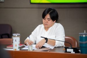 การฝึกอบรม ฝึกอบรม การอบรม อบรม การสัมมนา สัมมนา จัดสัมมนา การสอน สอน วิชา บรรยาย ปฏิบัติ ฝึกปฏิบัติ กิจกรรมกลุ่ม ประชุม ระดมสมอง อภิปราย รายงาน นำเสนอ train training seminar topic course outline proposal group brainstorming workshop discuss discussion content topic syllabus curriculum development วิชา เนื้อหา หัวข้อ รูปแบบ ผู้เข้าอบรม ห้องเรียน ห้องอบรม ห้องประชุม หลักสูตรหัวหน้างาน หลักสูตรพัฒนาหัวหน้างาน หลักสูตรหัวหน้างานยุคใหม่ การบริหาร management หัวหน้างาน supervisor การบังคับบัญชาสำหรับหัวหน้างาน supervisory บทบาทหัวหน้างาน บทบาทและหน้าที่หัวหน้างาน supervisory skill การแก้ปัญหาและตัดสินใจ problem solving problem solving and decision making การบริหารความขัดแย้ง conflict conflict management การเป็นผู้นำ leadership ผู้นำ leader โค้ช coach การสอนงาน coaching การสั่งการ การสั่งงาน directing การมอบหมายงาน delegation การควบคุมงาน controlling การจูงใจ การจูงใจผู้ใต้บังคับบัญชา การจูงใจลูกน้อง motivation การประเมินผลการปฏิบัติงาน performance appraisal การบริหารทรัพยากรบุคคล human resource management งานด้านบุคคล hr human resource การบริหารทรัพยากรมนุษย์ การพัฒนาบุคลากร แผนการฝึกอบรมประจำปี training training road map การรักษาบุคลากร engagement การรักษาคนเก่ง talent retention การคิดอย่างเป็นระบบ systematic thinking การคิดสร้างสรรค์ creative thinking การทำงานเป็นทีม team teamwork การสื่อสาร communication การประสานงาน cooperation การเจรจาต่อรอง negotiation การนำเสนอ present presentation presentation skill presentation technique การวางแผน plan planning การจัดลำดับความสำคัญของงาน priority setting การให้คำปรึกษา counseling การเป็นพี่เลี้ยง พี่เลี้ยง mentor mentoring การสัมภาษณ์พนักงาน interview interviewing ความฉลาดทางอารมณ์ E.Q. e.q. 5ส 5s การเพิ่มผลผลิต productivity การลดต้นทุน cost cost reduction การขาย sales การตลาด marketing การให้บริการ service service mind การบริหารลูกค้าสัมพันธ์ crm customer relationship management การบริหารเชิงกลยุทธ์ strategic management การวางแผนกลยุทธ์ strategic planning การกำหนดตัวชี้วัดในการทำงาน kpi การบริหารเวลา time management โหงวเฮ้ง kaizen บริษัท ไอเดียล อินโนเวชั่น จำกัด ไอเดียลอินโนเวชั่น วิชิต สุรพนานนท์ชัย ดร.วิชิต สุรพนานนท์ชัย วิทยากร อาจารย์ ด๊อกเตอร์ ดร. บริษัทวางระบบองค์กร วางระบบองค์กร วางระบบบริษัท รับวางระบบบริษัท บริษัทวางระบบ การวางระบบบริษัท บริษัทที่ปรึกษา บริษัทวางระบบด้านงานบุคคล ที่ปรึกษา งานที่ปรึกษา ที่ปรึกษาด้าน hr บริษัทที่ปรึกษาด้าน hr ที่ปรึกษา hr ปรึกษา hr ที่ปรึกษางาน hr ที่ปรึกษาด้านทรัพยากรบุคคล บริษัท hr consultant บริษัทที่ปรึกษาด้าน hrd ที่ปรึกษา hrd ปรึกษา hrd ที่ปรึกษางาน hrd บริษัทที่ปรึกษาธุรกิจ บริษัทที่ปรึกษาจำกัด ที่ปรึกษาองค์กร บริษัทรับวางระบบ วางระบบด้านงานบุคคล วางระบบด้านการบริหาร วางระบบด้าน hr งานด้าน hr ผู้เชี่ยวชาญด้าน hr ที่ปรึกษาด้านการขาย วางระบบด้านการขาย ที่ปรึกษาด้านการตลาด วางระบบด้านการตลาด ที่ปรึกษาด้านบัญชี วางระบบด้านบัญชี ที่ปรึกษาด้านการเงิน วางระบบด้านการเงิน ที่ปรึกษาด้านบริการ วางระบบด้านบริการ DeepSeek Gemini ChatGPT