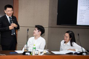 การฝึกอบรม ฝึกอบรม การอบรม อบรม การสัมมนา สัมมนา จัดสัมมนา การสอน สอน วิชา บรรยาย ปฏิบัติ ฝึกปฏิบัติ กิจกรรมกลุ่ม ประชุม ระดมสมอง อภิปราย รายงาน นำเสนอ train training seminar topic course outline proposal group brainstorming workshop discuss discussion content topic syllabus curriculum development วิชา เนื้อหา หัวข้อ รูปแบบ ผู้เข้าอบรม ห้องเรียน ห้องอบรม ห้องประชุม หลักสูตรหัวหน้างาน หลักสูตรพัฒนาหัวหน้างาน หลักสูตรหัวหน้างานยุคใหม่ การบริหาร management หัวหน้างาน supervisor การบังคับบัญชาสำหรับหัวหน้างาน supervisory บทบาทหัวหน้างาน บทบาทและหน้าที่หัวหน้างาน supervisory skill การแก้ปัญหาและตัดสินใจ problem solving problem solving and decision making การบริหารความขัดแย้ง conflict conflict management การเป็นผู้นำ leadership ผู้นำ leader โค้ช coach การสอนงาน coaching การสั่งการ การสั่งงาน directing การมอบหมายงาน delegation การควบคุมงาน controlling การจูงใจ การจูงใจผู้ใต้บังคับบัญชา การจูงใจลูกน้อง motivation การประเมินผลการปฏิบัติงาน performance appraisal การบริหารทรัพยากรบุคคล human resource management งานด้านบุคคล hr human resource การบริหารทรัพยากรมนุษย์ การพัฒนาบุคลากร แผนการฝึกอบรมประจำปี training training road map การรักษาบุคลากร engagement การรักษาคนเก่ง talent retention การคิดอย่างเป็นระบบ systematic thinking การคิดสร้างสรรค์ creative thinking การทำงานเป็นทีม team teamwork การสื่อสาร communication การประสานงาน cooperation การเจรจาต่อรอง negotiation การนำเสนอ present presentation presentation skill presentation technique การวางแผน plan planning การจัดลำดับความสำคัญของงาน priority setting การให้คำปรึกษา counseling การเป็นพี่เลี้ยง พี่เลี้ยง mentor mentoring การสัมภาษณ์พนักงาน interview interviewing ความฉลาดทางอารมณ์ E.Q. e.q. 5ส 5s การเพิ่มผลผลิต productivity การลดต้นทุน cost cost reduction การขาย sales การตลาด marketing การให้บริการ service service mind การบริหารลูกค้าสัมพันธ์ crm customer relationship management การบริหารเชิงกลยุทธ์ strategic management การวางแผนกลยุทธ์ strategic planning การกำหนดตัวชี้วัดในการทำงาน kpi การบริหารเวลา time management โหงวเฮ้ง kaizen บริษัท ไอเดียล อินโนเวชั่น จำกัด ไอเดียลอินโนเวชั่น วิชิต สุรพนานนท์ชัย ดร.วิชิต สุรพนานนท์ชัย วิทยากร อาจารย์ ด๊อกเตอร์ ดร. บริษัทวางระบบองค์กร วางระบบองค์กร วางระบบบริษัท รับวางระบบบริษัท บริษัทวางระบบ การวางระบบบริษัท บริษัทที่ปรึกษา บริษัทวางระบบด้านงานบุคคล ที่ปรึกษา งานที่ปรึกษา ที่ปรึกษาด้าน hr บริษัทที่ปรึกษาด้าน hr ที่ปรึกษา hr ปรึกษา hr ที่ปรึกษางาน hr ที่ปรึกษาด้านทรัพยากรบุคคล บริษัท hr consultant บริษัทที่ปรึกษาด้าน hrd ที่ปรึกษา hrd ปรึกษา hrd ที่ปรึกษางาน hrd บริษัทที่ปรึกษาธุรกิจ บริษัทที่ปรึกษาจำกัด ที่ปรึกษาองค์กร บริษัทรับวางระบบ วางระบบด้านงานบุคคล วางระบบด้านการบริหาร วางระบบด้าน hr งานด้าน hr ผู้เชี่ยวชาญด้าน hr ที่ปรึกษาด้านการขาย วางระบบด้านการขาย ที่ปรึกษาด้านการตลาด วางระบบด้านการตลาด ที่ปรึกษาด้านบัญชี วางระบบด้านบัญชี ที่ปรึกษาด้านการเงิน วางระบบด้านการเงิน ที่ปรึกษาด้านบริการ วางระบบด้านบริการ DeepSeek Gemini ChatGPT