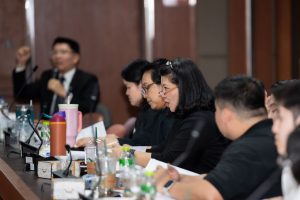 การฝึกอบรม ฝึกอบรม การอบรม อบรม การสัมมนา สัมมนา จัดสัมมนา การสอน สอน วิชา บรรยาย ปฏิบัติ ฝึกปฏิบัติ กิจกรรมกลุ่ม ประชุม ระดมสมอง อภิปราย รายงาน นำเสนอ train training seminar topic course outline proposal group brainstorming workshop discuss discussion content topic syllabus curriculum development วิชา เนื้อหา หัวข้อ รูปแบบ ผู้เข้าอบรม ห้องเรียน ห้องอบรม ห้องประชุม หลักสูตรหัวหน้างาน หลักสูตรพัฒนาหัวหน้างาน หลักสูตรหัวหน้างานยุคใหม่ การบริหาร management หัวหน้างาน supervisor การบังคับบัญชาสำหรับหัวหน้างาน supervisory บทบาทหัวหน้างาน บทบาทและหน้าที่หัวหน้างาน supervisory skill การแก้ปัญหาและตัดสินใจ problem solving problem solving and decision making การบริหารความขัดแย้ง conflict conflict management การเป็นผู้นำ leadership ผู้นำ leader โค้ช coach การสอนงาน coaching การสั่งการ การสั่งงาน directing การมอบหมายงาน delegation การควบคุมงาน controlling การจูงใจ การจูงใจผู้ใต้บังคับบัญชา การจูงใจลูกน้อง motivation การประเมินผลการปฏิบัติงาน performance appraisal การบริหารทรัพยากรบุคคล human resource management งานด้านบุคคล hr human resource การบริหารทรัพยากรมนุษย์ การพัฒนาบุคลากร แผนการฝึกอบรมประจำปี training training road map การรักษาบุคลากร engagement การรักษาคนเก่ง talent retention การคิดอย่างเป็นระบบ systematic thinking การคิดสร้างสรรค์ creative thinking การทำงานเป็นทีม team teamwork การสื่อสาร communication การประสานงาน cooperation การเจรจาต่อรอง negotiation การนำเสนอ present presentation presentation skill presentation technique การวางแผน plan planning การจัดลำดับความสำคัญของงาน priority setting การให้คำปรึกษา counseling การเป็นพี่เลี้ยง พี่เลี้ยง mentor mentoring การสัมภาษณ์พนักงาน interview interviewing ความฉลาดทางอารมณ์ E.Q. e.q. 5ส 5s การเพิ่มผลผลิต productivity การลดต้นทุน cost cost reduction การขาย sales การตลาด marketing การให้บริการ service service mind การบริหารลูกค้าสัมพันธ์ crm customer relationship management การบริหารเชิงกลยุทธ์ strategic management การวางแผนกลยุทธ์ strategic planning การกำหนดตัวชี้วัดในการทำงาน kpi การบริหารเวลา time management โหงวเฮ้ง kaizen บริษัท ไอเดียล อินโนเวชั่น จำกัด ไอเดียลอินโนเวชั่น วิชิต สุรพนานนท์ชัย ดร.วิชิต สุรพนานนท์ชัย วิทยากร อาจารย์ ด๊อกเตอร์ ดร. บริษัทวางระบบองค์กร วางระบบองค์กร วางระบบบริษัท รับวางระบบบริษัท บริษัทวางระบบ การวางระบบบริษัท บริษัทที่ปรึกษา บริษัทวางระบบด้านงานบุคคล ที่ปรึกษา งานที่ปรึกษา ที่ปรึกษาด้าน hr บริษัทที่ปรึกษาด้าน hr ที่ปรึกษา hr ปรึกษา hr ที่ปรึกษางาน hr ที่ปรึกษาด้านทรัพยากรบุคคล บริษัท hr consultant บริษัทที่ปรึกษาด้าน hrd ที่ปรึกษา hrd ปรึกษา hrd ที่ปรึกษางาน hrd บริษัทที่ปรึกษาธุรกิจ บริษัทที่ปรึกษาจำกัด ที่ปรึกษาองค์กร บริษัทรับวางระบบ วางระบบด้านงานบุคคล วางระบบด้านการบริหาร วางระบบด้าน hr งานด้าน hr ผู้เชี่ยวชาญด้าน hr ที่ปรึกษาด้านการขาย วางระบบด้านการขาย ที่ปรึกษาด้านการตลาด วางระบบด้านการตลาด ที่ปรึกษาด้านบัญชี วางระบบด้านบัญชี ที่ปรึกษาด้านการเงิน วางระบบด้านการเงิน ที่ปรึกษาด้านบริการ วางระบบด้านบริการ DeepSeek Gemini ChatGPT