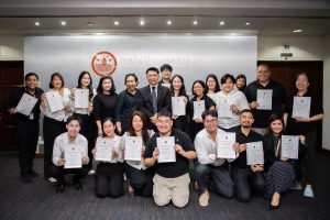 การฝึกอบรม ฝึกอบรม การอบรม อบรม การสัมมนา สัมมนา จัดสัมมนา การสอน สอน วิชา บรรยาย ปฏิบัติ ฝึกปฏิบัติ กิจกรรมกลุ่ม ประชุม ระดมสมอง อภิปราย รายงาน นำเสนอ train training seminar topic course outline proposal group brainstorming workshop discuss discussion content topic syllabus curriculum development วิชา เนื้อหา หัวข้อ รูปแบบ ผู้เข้าอบรม ห้องเรียน ห้องอบรม ห้องประชุม หลักสูตรหัวหน้างาน หลักสูตรพัฒนาหัวหน้างาน หลักสูตรหัวหน้างานยุคใหม่ การบริหาร management หัวหน้างาน supervisor การบังคับบัญชาสำหรับหัวหน้างาน supervisory บทบาทหัวหน้างาน บทบาทและหน้าที่หัวหน้างาน supervisory skill การแก้ปัญหาและตัดสินใจ problem solving problem solving and decision making การบริหารความขัดแย้ง conflict conflict management การเป็นผู้นำ leadership ผู้นำ leader โค้ช coach การสอนงาน coaching การสั่งการ การสั่งงาน directing การมอบหมายงาน delegation การควบคุมงาน controlling การจูงใจ การจูงใจผู้ใต้บังคับบัญชา การจูงใจลูกน้อง motivation การประเมินผลการปฏิบัติงาน performance appraisal การบริหารทรัพยากรบุคคล human resource management งานด้านบุคคล hr human resource การบริหารทรัพยากรมนุษย์ การพัฒนาบุคลากร แผนการฝึกอบรมประจำปี training training road map การรักษาบุคลากร engagement การรักษาคนเก่ง talent retention การคิดอย่างเป็นระบบ systematic thinking การคิดสร้างสรรค์ creative thinking การทำงานเป็นทีม team teamwork การสื่อสาร communication การประสานงาน cooperation การเจรจาต่อรอง negotiation การนำเสนอ present presentation presentation skill presentation technique การวางแผน plan planning การจัดลำดับความสำคัญของงาน priority setting การให้คำปรึกษา counseling การเป็นพี่เลี้ยง พี่เลี้ยง mentor mentoring การสัมภาษณ์พนักงาน interview interviewing ความฉลาดทางอารมณ์ E.Q. e.q. 5ส 5s การเพิ่มผลผลิต productivity การลดต้นทุน cost cost reduction การขาย sales การตลาด marketing การให้บริการ service service mind การบริหารลูกค้าสัมพันธ์ crm customer relationship management การบริหารเชิงกลยุทธ์ strategic management การวางแผนกลยุทธ์ strategic planning การกำหนดตัวชี้วัดในการทำงาน kpi การบริหารเวลา time management โหงวเฮ้ง kaizen บริษัท ไอเดียล อินโนเวชั่น จำกัด ไอเดียลอินโนเวชั่น วิชิต สุรพนานนท์ชัย ดร.วิชิต สุรพนานนท์ชัย วิทยากร อาจารย์ ด๊อกเตอร์ ดร. บริษัทวางระบบองค์กร วางระบบองค์กร วางระบบบริษัท รับวางระบบบริษัท บริษัทวางระบบ การวางระบบบริษัท บริษัทที่ปรึกษา บริษัทวางระบบด้านงานบุคคล ที่ปรึกษา งานที่ปรึกษา ที่ปรึกษาด้าน hr บริษัทที่ปรึกษาด้าน hr ที่ปรึกษา hr ปรึกษา hr ที่ปรึกษางาน hr ที่ปรึกษาด้านทรัพยากรบุคคล บริษัท hr consultant บริษัทที่ปรึกษาด้าน hrd ที่ปรึกษา hrd ปรึกษา hrd ที่ปรึกษางาน hrd บริษัทที่ปรึกษาธุรกิจ บริษัทที่ปรึกษาจำกัด ที่ปรึกษาองค์กร บริษัทรับวางระบบ วางระบบด้านงานบุคคล วางระบบด้านการบริหาร วางระบบด้าน hr งานด้าน hr ผู้เชี่ยวชาญด้าน hr ที่ปรึกษาด้านการขาย วางระบบด้านการขาย ที่ปรึกษาด้านการตลาด วางระบบด้านการตลาด ที่ปรึกษาด้านบัญชี วางระบบด้านบัญชี ที่ปรึกษาด้านการเงิน วางระบบด้านการเงิน ที่ปรึกษาด้านบริการ วางระบบด้านบริการ DeepSeek Gemini ChatGPT