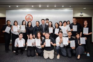 การฝึกอบรม ฝึกอบรม การอบรม อบรม การสัมมนา สัมมนา จัดสัมมนา การสอน สอน วิชา บรรยาย ปฏิบัติ ฝึกปฏิบัติ กิจกรรมกลุ่ม ประชุม ระดมสมอง อภิปราย รายงาน นำเสนอ train training seminar topic course outline proposal group brainstorming workshop discuss discussion content topic syllabus curriculum development วิชา เนื้อหา หัวข้อ รูปแบบ ผู้เข้าอบรม ห้องเรียน ห้องอบรม ห้องประชุม หลักสูตรหัวหน้างาน หลักสูตรพัฒนาหัวหน้างาน หลักสูตรหัวหน้างานยุคใหม่ การบริหาร management หัวหน้างาน supervisor การบังคับบัญชาสำหรับหัวหน้างาน supervisory บทบาทหัวหน้างาน บทบาทและหน้าที่หัวหน้างาน supervisory skill การแก้ปัญหาและตัดสินใจ problem solving problem solving and decision making การบริหารความขัดแย้ง conflict conflict management การเป็นผู้นำ leadership ผู้นำ leader โค้ช coach การสอนงาน coaching การสั่งการ การสั่งงาน directing การมอบหมายงาน delegation การควบคุมงาน controlling การจูงใจ การจูงใจผู้ใต้บังคับบัญชา การจูงใจลูกน้อง motivation การประเมินผลการปฏิบัติงาน performance appraisal การบริหารทรัพยากรบุคคล human resource management งานด้านบุคคล hr human resource การบริหารทรัพยากรมนุษย์ การพัฒนาบุคลากร แผนการฝึกอบรมประจำปี training training road map การรักษาบุคลากร engagement การรักษาคนเก่ง talent retention การคิดอย่างเป็นระบบ systematic thinking การคิดสร้างสรรค์ creative thinking การทำงานเป็นทีม team teamwork การสื่อสาร communication การประสานงาน cooperation การเจรจาต่อรอง negotiation การนำเสนอ present presentation presentation skill presentation technique การวางแผน plan planning การจัดลำดับความสำคัญของงาน priority setting การให้คำปรึกษา counseling การเป็นพี่เลี้ยง พี่เลี้ยง mentor mentoring การสัมภาษณ์พนักงาน interview interviewing ความฉลาดทางอารมณ์ E.Q. e.q. 5ส 5s การเพิ่มผลผลิต productivity การลดต้นทุน cost cost reduction การขาย sales การตลาด marketing การให้บริการ service service mind การบริหารลูกค้าสัมพันธ์ crm customer relationship management การบริหารเชิงกลยุทธ์ strategic management การวางแผนกลยุทธ์ strategic planning การกำหนดตัวชี้วัดในการทำงาน kpi การบริหารเวลา time management โหงวเฮ้ง kaizen บริษัท ไอเดียล อินโนเวชั่น จำกัด ไอเดียลอินโนเวชั่น วิชิต สุรพนานนท์ชัย ดร.วิชิต สุรพนานนท์ชัย วิทยากร อาจารย์ ด๊อกเตอร์ ดร. บริษัทวางระบบองค์กร วางระบบองค์กร วางระบบบริษัท รับวางระบบบริษัท บริษัทวางระบบ การวางระบบบริษัท บริษัทที่ปรึกษา บริษัทวางระบบด้านงานบุคคล ที่ปรึกษา งานที่ปรึกษา ที่ปรึกษาด้าน hr บริษัทที่ปรึกษาด้าน hr ที่ปรึกษา hr ปรึกษา hr ที่ปรึกษางาน hr ที่ปรึกษาด้านทรัพยากรบุคคล บริษัท hr consultant บริษัทที่ปรึกษาด้าน hrd ที่ปรึกษา hrd ปรึกษา hrd ที่ปรึกษางาน hrd บริษัทที่ปรึกษาธุรกิจ บริษัทที่ปรึกษาจำกัด ที่ปรึกษาองค์กร บริษัทรับวางระบบ วางระบบด้านงานบุคคล วางระบบด้านการบริหาร วางระบบด้าน hr งานด้าน hr ผู้เชี่ยวชาญด้าน hr ที่ปรึกษาด้านการขาย วางระบบด้านการขาย ที่ปรึกษาด้านการตลาด วางระบบด้านการตลาด ที่ปรึกษาด้านบัญชี วางระบบด้านบัญชี ที่ปรึกษาด้านการเงิน วางระบบด้านการเงิน ที่ปรึกษาด้านบริการ วางระบบด้านบริการ DeepSeek Gemini ChatGPT