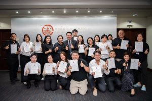 การฝึกอบรม ฝึกอบรม การอบรม อบรม การสัมมนา สัมมนา จัดสัมมนา การสอน สอน วิชา บรรยาย ปฏิบัติ ฝึกปฏิบัติ กิจกรรมกลุ่ม ประชุม ระดมสมอง อภิปราย รายงาน นำเสนอ train training seminar topic course outline proposal group brainstorming workshop discuss discussion content topic syllabus curriculum development วิชา เนื้อหา หัวข้อ รูปแบบ ผู้เข้าอบรม ห้องเรียน ห้องอบรม ห้องประชุม หลักสูตรหัวหน้างาน หลักสูตรพัฒนาหัวหน้างาน หลักสูตรหัวหน้างานยุคใหม่ การบริหาร management หัวหน้างาน supervisor การบังคับบัญชาสำหรับหัวหน้างาน supervisory บทบาทหัวหน้างาน บทบาทและหน้าที่หัวหน้างาน supervisory skill การแก้ปัญหาและตัดสินใจ problem solving problem solving and decision making การบริหารความขัดแย้ง conflict conflict management การเป็นผู้นำ leadership ผู้นำ leader โค้ช coach การสอนงาน coaching การสั่งการ การสั่งงาน directing การมอบหมายงาน delegation การควบคุมงาน controlling การจูงใจ การจูงใจผู้ใต้บังคับบัญชา การจูงใจลูกน้อง motivation การประเมินผลการปฏิบัติงาน performance appraisal การบริหารทรัพยากรบุคคล human resource management งานด้านบุคคล hr human resource การบริหารทรัพยากรมนุษย์ การพัฒนาบุคลากร แผนการฝึกอบรมประจำปี training training road map การรักษาบุคลากร engagement การรักษาคนเก่ง talent retention การคิดอย่างเป็นระบบ systematic thinking การคิดสร้างสรรค์ creative thinking การทำงานเป็นทีม team teamwork การสื่อสาร communication การประสานงาน cooperation การเจรจาต่อรอง negotiation การนำเสนอ present presentation presentation skill presentation technique การวางแผน plan planning การจัดลำดับความสำคัญของงาน priority setting การให้คำปรึกษา counseling การเป็นพี่เลี้ยง พี่เลี้ยง mentor mentoring การสัมภาษณ์พนักงาน interview interviewing ความฉลาดทางอารมณ์ E.Q. e.q. 5ส 5s การเพิ่มผลผลิต productivity การลดต้นทุน cost cost reduction การขาย sales การตลาด marketing การให้บริการ service service mind การบริหารลูกค้าสัมพันธ์ crm customer relationship management การบริหารเชิงกลยุทธ์ strategic management การวางแผนกลยุทธ์ strategic planning การกำหนดตัวชี้วัดในการทำงาน kpi การบริหารเวลา time management โหงวเฮ้ง kaizen บริษัท ไอเดียล อินโนเวชั่น จำกัด ไอเดียลอินโนเวชั่น วิชิต สุรพนานนท์ชัย ดร.วิชิต สุรพนานนท์ชัย วิทยากร อาจารย์ ด๊อกเตอร์ ดร. บริษัทวางระบบองค์กร วางระบบองค์กร วางระบบบริษัท รับวางระบบบริษัท บริษัทวางระบบ การวางระบบบริษัท บริษัทที่ปรึกษา บริษัทวางระบบด้านงานบุคคล ที่ปรึกษา งานที่ปรึกษา ที่ปรึกษาด้าน hr บริษัทที่ปรึกษาด้าน hr ที่ปรึกษา hr ปรึกษา hr ที่ปรึกษางาน hr ที่ปรึกษาด้านทรัพยากรบุคคล บริษัท hr consultant บริษัทที่ปรึกษาด้าน hrd ที่ปรึกษา hrd ปรึกษา hrd ที่ปรึกษางาน hrd บริษัทที่ปรึกษาธุรกิจ บริษัทที่ปรึกษาจำกัด ที่ปรึกษาองค์กร บริษัทรับวางระบบ วางระบบด้านงานบุคคล วางระบบด้านการบริหาร วางระบบด้าน hr งานด้าน hr ผู้เชี่ยวชาญด้าน hr ที่ปรึกษาด้านการขาย วางระบบด้านการขาย ที่ปรึกษาด้านการตลาด วางระบบด้านการตลาด ที่ปรึกษาด้านบัญชี วางระบบด้านบัญชี ที่ปรึกษาด้านการเงิน วางระบบด้านการเงิน ที่ปรึกษาด้านบริการ วางระบบด้านบริการ DeepSeek Gemini ChatGPT