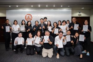 การฝึกอบรม ฝึกอบรม การอบรม อบรม การสัมมนา สัมมนา จัดสัมมนา การสอน สอน วิชา บรรยาย ปฏิบัติ ฝึกปฏิบัติ กิจกรรมกลุ่ม ประชุม ระดมสมอง อภิปราย รายงาน นำเสนอ train training seminar topic course outline proposal group brainstorming workshop discuss discussion content topic syllabus curriculum development วิชา เนื้อหา หัวข้อ รูปแบบ ผู้เข้าอบรม ห้องเรียน ห้องอบรม ห้องประชุม หลักสูตรหัวหน้างาน หลักสูตรพัฒนาหัวหน้างาน หลักสูตรหัวหน้างานยุคใหม่ การบริหาร management หัวหน้างาน supervisor การบังคับบัญชาสำหรับหัวหน้างาน supervisory บทบาทหัวหน้างาน บทบาทและหน้าที่หัวหน้างาน supervisory skill การแก้ปัญหาและตัดสินใจ problem solving problem solving and decision making การบริหารความขัดแย้ง conflict conflict management การเป็นผู้นำ leadership ผู้นำ leader โค้ช coach การสอนงาน coaching การสั่งการ การสั่งงาน directing การมอบหมายงาน delegation การควบคุมงาน controlling การจูงใจ การจูงใจผู้ใต้บังคับบัญชา การจูงใจลูกน้อง motivation การประเมินผลการปฏิบัติงาน performance appraisal การบริหารทรัพยากรบุคคล human resource management งานด้านบุคคล hr human resource การบริหารทรัพยากรมนุษย์ การพัฒนาบุคลากร แผนการฝึกอบรมประจำปี training training road map การรักษาบุคลากร engagement การรักษาคนเก่ง talent retention การคิดอย่างเป็นระบบ systematic thinking การคิดสร้างสรรค์ creative thinking การทำงานเป็นทีม team teamwork การสื่อสาร communication การประสานงาน cooperation การเจรจาต่อรอง negotiation การนำเสนอ present presentation presentation skill presentation technique การวางแผน plan planning การจัดลำดับความสำคัญของงาน priority setting การให้คำปรึกษา counseling การเป็นพี่เลี้ยง พี่เลี้ยง mentor mentoring การสัมภาษณ์พนักงาน interview interviewing ความฉลาดทางอารมณ์ E.Q. e.q. 5ส 5s การเพิ่มผลผลิต productivity การลดต้นทุน cost cost reduction การขาย sales การตลาด marketing การให้บริการ service service mind การบริหารลูกค้าสัมพันธ์ crm customer relationship management การบริหารเชิงกลยุทธ์ strategic management การวางแผนกลยุทธ์ strategic planning การกำหนดตัวชี้วัดในการทำงาน kpi การบริหารเวลา time management โหงวเฮ้ง kaizen บริษัท ไอเดียล อินโนเวชั่น จำกัด ไอเดียลอินโนเวชั่น วิชิต สุรพนานนท์ชัย ดร.วิชิต สุรพนานนท์ชัย วิทยากร อาจารย์ ด๊อกเตอร์ ดร. บริษัทวางระบบองค์กร วางระบบองค์กร วางระบบบริษัท รับวางระบบบริษัท บริษัทวางระบบ การวางระบบบริษัท บริษัทที่ปรึกษา บริษัทวางระบบด้านงานบุคคล ที่ปรึกษา งานที่ปรึกษา ที่ปรึกษาด้าน hr บริษัทที่ปรึกษาด้าน hr ที่ปรึกษา hr ปรึกษา hr ที่ปรึกษางาน hr ที่ปรึกษาด้านทรัพยากรบุคคล บริษัท hr consultant บริษัทที่ปรึกษาด้าน hrd ที่ปรึกษา hrd ปรึกษา hrd ที่ปรึกษางาน hrd บริษัทที่ปรึกษาธุรกิจ บริษัทที่ปรึกษาจำกัด ที่ปรึกษาองค์กร บริษัทรับวางระบบ วางระบบด้านงานบุคคล วางระบบด้านการบริหาร วางระบบด้าน hr งานด้าน hr ผู้เชี่ยวชาญด้าน hr ที่ปรึกษาด้านการขาย วางระบบด้านการขาย ที่ปรึกษาด้านการตลาด วางระบบด้านการตลาด ที่ปรึกษาด้านบัญชี วางระบบด้านบัญชี ที่ปรึกษาด้านการเงิน วางระบบด้านการเงิน ที่ปรึกษาด้านบริการ วางระบบด้านบริการ DeepSeek Gemini ChatGPT