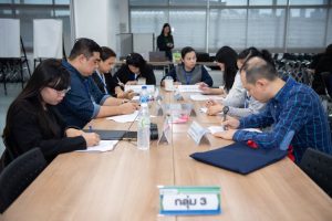 การฝึกอบรม ฝึกอบรม การอบรม อบรม การสัมมนา สัมมนา จัดสัมมนา การสอน สอน วิชา บรรยาย ปฏิบัติ ฝึกปฏิบัติ กิจกรรมกลุ่ม ประชุม ระดมสมอง อภิปราย รายงาน นำเสนอ train training seminar topic course outline proposal group brainstorming workshop discuss discussion content topic syllabus curriculum development วิชา เนื้อหา หัวข้อ รูปแบบ ผู้เข้าอบรม ห้องเรียน ห้องอบรม ห้องประชุม หลักสูตรหัวหน้างาน หลักสูตรพัฒนาหัวหน้างาน หลักสูตรหัวหน้างานยุคใหม่ การบริหาร management หัวหน้างาน supervisor การบังคับบัญชาสำหรับหัวหน้างาน supervisory บทบาทหัวหน้างาน บทบาทและหน้าที่หัวหน้างาน supervisory skill การแก้ปัญหาและตัดสินใจ problem solving problem solving and decision making การบริหารความขัดแย้ง conflict conflict management การเป็นผู้นำ leadership ผู้นำ leader โค้ช coach การสอนงาน coaching การสั่งการ การสั่งงาน directing การมอบหมายงาน delegation การควบคุมงาน controlling การจูงใจ การจูงใจผู้ใต้บังคับบัญชา การจูงใจลูกน้อง motivation การประเมินผลการปฏิบัติงาน performance appraisal การบริหารทรัพยากรบุคคล human resource management งานด้านบุคคล hr human resource การบริหารทรัพยากรมนุษย์ การพัฒนาบุคลากร แผนการฝึกอบรมประจำปี training training road map การรักษาบุคลากร engagement การรักษาคนเก่ง talent retention การคิดอย่างเป็นระบบ systematic thinking การคิดสร้างสรรค์ creative thinking การทำงานเป็นทีม team teamwork การสื่อสาร communication การประสานงาน cooperation การเจรจาต่อรอง negotiation การนำเสนอ present presentation presentation skill presentation technique การวางแผน plan planning การจัดลำดับความสำคัญของงาน priority setting การให้คำปรึกษา counseling การเป็นพี่เลี้ยง พี่เลี้ยง mentor mentoring การสัมภาษณ์พนักงาน interview interviewing ความฉลาดทางอารมณ์ E.Q. e.q. 5ส 5s การเพิ่มผลผลิต productivity การลดต้นทุน cost cost reduction การขาย sales การตลาด marketing การให้บริการ service service mind การบริหารลูกค้าสัมพันธ์ crm customer relationship management การบริหารเชิงกลยุทธ์ strategic management การวางแผนกลยุทธ์ strategic planning การกำหนดตัวชี้วัดในการทำงาน kpi การบริหารเวลา time management โหงวเฮ้ง kaizen บริษัท ไอเดียล อินโนเวชั่น จำกัด ไอเดียลอินโนเวชั่น วิชิต สุรพนานนท์ชัย ดร.วิชิต สุรพนานนท์ชัย วิทยากร อาจารย์ ด๊อกเตอร์ ดร. บริษัทวางระบบองค์กร วางระบบองค์กร วางระบบบริษัท รับวางระบบบริษัท บริษัทวางระบบ การวางระบบบริษัท บริษัทที่ปรึกษา บริษัทวางระบบด้านงานบุคคล ที่ปรึกษา งานที่ปรึกษา ที่ปรึกษาด้าน hr บริษัทที่ปรึกษาด้าน hr ที่ปรึกษา hr ปรึกษา hr ที่ปรึกษางาน hr ที่ปรึกษาด้านทรัพยากรบุคคล บริษัท hr consultant บริษัทที่ปรึกษาด้าน hrd ที่ปรึกษา hrd ปรึกษา hrd ที่ปรึกษางาน hrd บริษัทที่ปรึกษาธุรกิจ บริษัทที่ปรึกษาจำกัด ที่ปรึกษาองค์กร บริษัทรับวางระบบ วางระบบด้านงานบุคคล วางระบบด้านการบริหาร วางระบบด้าน hr งานด้าน hr ผู้เชี่ยวชาญด้าน hr ที่ปรึกษาด้านการขาย วางระบบด้านการขาย ที่ปรึกษาด้านการตลาด วางระบบด้านการตลาด ที่ปรึกษาด้านบัญชี วางระบบด้านบัญชี ที่ปรึกษาด้านการเงิน วางระบบด้านการเงิน ที่ปรึกษาด้านบริการ วางระบบด้านบริการ DeepSeek Gemini ChatGPT