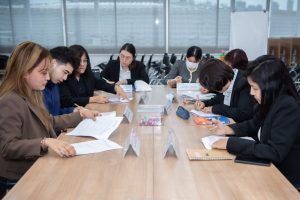 การฝึกอบรม ฝึกอบรม การอบรม อบรม การสัมมนา สัมมนา จัดสัมมนา การสอน สอน วิชา บรรยาย ปฏิบัติ ฝึกปฏิบัติ กิจกรรมกลุ่ม ประชุม ระดมสมอง อภิปราย รายงาน นำเสนอ train training seminar topic course outline proposal group brainstorming workshop discuss discussion content topic syllabus curriculum development วิชา เนื้อหา หัวข้อ รูปแบบ ผู้เข้าอบรม ห้องเรียน ห้องอบรม ห้องประชุม หลักสูตรหัวหน้างาน หลักสูตรพัฒนาหัวหน้างาน หลักสูตรหัวหน้างานยุคใหม่ การบริหาร management หัวหน้างาน supervisor การบังคับบัญชาสำหรับหัวหน้างาน supervisory บทบาทหัวหน้างาน บทบาทและหน้าที่หัวหน้างาน supervisory skill การแก้ปัญหาและตัดสินใจ problem solving problem solving and decision making การบริหารความขัดแย้ง conflict conflict management การเป็นผู้นำ leadership ผู้นำ leader โค้ช coach การสอนงาน coaching การสั่งการ การสั่งงาน directing การมอบหมายงาน delegation การควบคุมงาน controlling การจูงใจ การจูงใจผู้ใต้บังคับบัญชา การจูงใจลูกน้อง motivation การประเมินผลการปฏิบัติงาน performance appraisal การบริหารทรัพยากรบุคคล human resource management งานด้านบุคคล hr human resource การบริหารทรัพยากรมนุษย์ การพัฒนาบุคลากร แผนการฝึกอบรมประจำปี training training road map การรักษาบุคลากร engagement การรักษาคนเก่ง talent retention การคิดอย่างเป็นระบบ systematic thinking การคิดสร้างสรรค์ creative thinking การทำงานเป็นทีม team teamwork การสื่อสาร communication การประสานงาน cooperation การเจรจาต่อรอง negotiation การนำเสนอ present presentation presentation skill presentation technique การวางแผน plan planning การจัดลำดับความสำคัญของงาน priority setting การให้คำปรึกษา counseling การเป็นพี่เลี้ยง พี่เลี้ยง mentor mentoring การสัมภาษณ์พนักงาน interview interviewing ความฉลาดทางอารมณ์ E.Q. e.q. 5ส 5s การเพิ่มผลผลิต productivity การลดต้นทุน cost cost reduction การขาย sales การตลาด marketing การให้บริการ service service mind การบริหารลูกค้าสัมพันธ์ crm customer relationship management การบริหารเชิงกลยุทธ์ strategic management การวางแผนกลยุทธ์ strategic planning การกำหนดตัวชี้วัดในการทำงาน kpi การบริหารเวลา time management โหงวเฮ้ง kaizen บริษัท ไอเดียล อินโนเวชั่น จำกัด ไอเดียลอินโนเวชั่น วิชิต สุรพนานนท์ชัย ดร.วิชิต สุรพนานนท์ชัย วิทยากร อาจารย์ ด๊อกเตอร์ ดร. บริษัทวางระบบองค์กร วางระบบองค์กร วางระบบบริษัท รับวางระบบบริษัท บริษัทวางระบบ การวางระบบบริษัท บริษัทที่ปรึกษา บริษัทวางระบบด้านงานบุคคล ที่ปรึกษา งานที่ปรึกษา ที่ปรึกษาด้าน hr บริษัทที่ปรึกษาด้าน hr ที่ปรึกษา hr ปรึกษา hr ที่ปรึกษางาน hr ที่ปรึกษาด้านทรัพยากรบุคคล บริษัท hr consultant บริษัทที่ปรึกษาด้าน hrd ที่ปรึกษา hrd ปรึกษา hrd ที่ปรึกษางาน hrd บริษัทที่ปรึกษาธุรกิจ บริษัทที่ปรึกษาจำกัด ที่ปรึกษาองค์กร บริษัทรับวางระบบ วางระบบด้านงานบุคคล วางระบบด้านการบริหาร วางระบบด้าน hr งานด้าน hr ผู้เชี่ยวชาญด้าน hr ที่ปรึกษาด้านการขาย วางระบบด้านการขาย ที่ปรึกษาด้านการตลาด วางระบบด้านการตลาด ที่ปรึกษาด้านบัญชี วางระบบด้านบัญชี ที่ปรึกษาด้านการเงิน วางระบบด้านการเงิน ที่ปรึกษาด้านบริการ วางระบบด้านบริการ DeepSeek Gemini ChatGPT