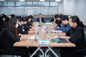 การฝึกอบรม ฝึกอบรม การอบรม อบรม การสัมมนา สัมมนา จัดสัมมนา การสอน สอน วิชา บรรยาย ปฏิบัติ ฝึกปฏิบัติ กิจกรรมกลุ่ม ประชุม ระดมสมอง อภิปราย รายงาน นำเสนอ train training seminar topic course outline proposal group brainstorming workshop discuss discussion content topic syllabus curriculum development วิชา เนื้อหา หัวข้อ รูปแบบ ผู้เข้าอบรม ห้องเรียน ห้องอบรม ห้องประชุม หลักสูตรหัวหน้างาน หลักสูตรพัฒนาหัวหน้างาน หลักสูตรหัวหน้างานยุคใหม่ การบริหาร management หัวหน้างาน supervisor การบังคับบัญชาสำหรับหัวหน้างาน supervisory บทบาทหัวหน้างาน บทบาทและหน้าที่หัวหน้างาน supervisory skill การแก้ปัญหาและตัดสินใจ problem solving problem solving and decision making การบริหารความขัดแย้ง conflict conflict management การเป็นผู้นำ leadership ผู้นำ leader โค้ช coach การสอนงาน coaching การสั่งการ การสั่งงาน directing การมอบหมายงาน delegation การควบคุมงาน controlling การจูงใจ การจูงใจผู้ใต้บังคับบัญชา การจูงใจลูกน้อง motivation การประเมินผลการปฏิบัติงาน performance appraisal การบริหารทรัพยากรบุคคล human resource management งานด้านบุคคล hr human resource การบริหารทรัพยากรมนุษย์ การพัฒนาบุคลากร แผนการฝึกอบรมประจำปี training training road map การรักษาบุคลากร engagement การรักษาคนเก่ง talent retention การคิดอย่างเป็นระบบ systematic thinking การคิดสร้างสรรค์ creative thinking การทำงานเป็นทีม team teamwork การสื่อสาร communication การประสานงาน cooperation การเจรจาต่อรอง negotiation การนำเสนอ present presentation presentation skill presentation technique การวางแผน plan planning การจัดลำดับความสำคัญของงาน priority setting การให้คำปรึกษา counseling การเป็นพี่เลี้ยง พี่เลี้ยง mentor mentoring การสัมภาษณ์พนักงาน interview interviewing ความฉลาดทางอารมณ์ E.Q. e.q. 5ส 5s การเพิ่มผลผลิต productivity การลดต้นทุน cost cost reduction การขาย sales การตลาด marketing การให้บริการ service service mind การบริหารลูกค้าสัมพันธ์ crm customer relationship management การบริหารเชิงกลยุทธ์ strategic management การวางแผนกลยุทธ์ strategic planning การกำหนดตัวชี้วัดในการทำงาน kpi การบริหารเวลา time management โหงวเฮ้ง kaizen บริษัท ไอเดียล อินโนเวชั่น จำกัด ไอเดียลอินโนเวชั่น วิชิต สุรพนานนท์ชัย ดร.วิชิต สุรพนานนท์ชัย วิทยากร อาจารย์ ด๊อกเตอร์ ดร. บริษัทวางระบบองค์กร วางระบบองค์กร วางระบบบริษัท รับวางระบบบริษัท บริษัทวางระบบ การวางระบบบริษัท บริษัทที่ปรึกษา บริษัทวางระบบด้านงานบุคคล ที่ปรึกษา งานที่ปรึกษา ที่ปรึกษาด้าน hr บริษัทที่ปรึกษาด้าน hr ที่ปรึกษา hr ปรึกษา hr ที่ปรึกษางาน hr ที่ปรึกษาด้านทรัพยากรบุคคล บริษัท hr consultant บริษัทที่ปรึกษาด้าน hrd ที่ปรึกษา hrd ปรึกษา hrd ที่ปรึกษางาน hrd บริษัทที่ปรึกษาธุรกิจ บริษัทที่ปรึกษาจำกัด ที่ปรึกษาองค์กร บริษัทรับวางระบบ วางระบบด้านงานบุคคล วางระบบด้านการบริหาร วางระบบด้าน hr งานด้าน hr ผู้เชี่ยวชาญด้าน hr ที่ปรึกษาด้านการขาย วางระบบด้านการขาย ที่ปรึกษาด้านการตลาด วางระบบด้านการตลาด ที่ปรึกษาด้านบัญชี วางระบบด้านบัญชี ที่ปรึกษาด้านการเงิน วางระบบด้านการเงิน ที่ปรึกษาด้านบริการ วางระบบด้านบริการ DeepSeek Gemini ChatGPT