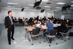 การฝึกอบรม ฝึกอบรม การอบรม อบรม การสัมมนา สัมมนา จัดสัมมนา การสอน สอน วิชา บรรยาย ปฏิบัติ ฝึกปฏิบัติ กิจกรรมกลุ่ม ประชุม ระดมสมอง อภิปราย รายงาน นำเสนอ train training seminar topic course outline proposal group brainstorming workshop discuss discussion content topic syllabus curriculum development วิชา เนื้อหา หัวข้อ รูปแบบ ผู้เข้าอบรม ห้องเรียน ห้องอบรม ห้องประชุม หลักสูตรหัวหน้างาน หลักสูตรพัฒนาหัวหน้างาน หลักสูตรหัวหน้างานยุคใหม่ การบริหาร management หัวหน้างาน supervisor การบังคับบัญชาสำหรับหัวหน้างาน supervisory บทบาทหัวหน้างาน บทบาทและหน้าที่หัวหน้างาน supervisory skill การแก้ปัญหาและตัดสินใจ problem solving problem solving and decision making การบริหารความขัดแย้ง conflict conflict management การเป็นผู้นำ leadership ผู้นำ leader โค้ช coach การสอนงาน coaching การสั่งการ การสั่งงาน directing การมอบหมายงาน delegation การควบคุมงาน controlling การจูงใจ การจูงใจผู้ใต้บังคับบัญชา การจูงใจลูกน้อง motivation การประเมินผลการปฏิบัติงาน performance appraisal การบริหารทรัพยากรบุคคล human resource management งานด้านบุคคล hr human resource การบริหารทรัพยากรมนุษย์ การพัฒนาบุคลากร แผนการฝึกอบรมประจำปี training training road map การรักษาบุคลากร engagement การรักษาคนเก่ง talent retention การคิดอย่างเป็นระบบ systematic thinking การคิดสร้างสรรค์ creative thinking การทำงานเป็นทีม team teamwork การสื่อสาร communication การประสานงาน cooperation การเจรจาต่อรอง negotiation การนำเสนอ present presentation presentation skill presentation technique การวางแผน plan planning การจัดลำดับความสำคัญของงาน priority setting การให้คำปรึกษา counseling การเป็นพี่เลี้ยง พี่เลี้ยง mentor mentoring การสัมภาษณ์พนักงาน interview interviewing ความฉลาดทางอารมณ์ E.Q. e.q. 5ส 5s การเพิ่มผลผลิต productivity การลดต้นทุน cost cost reduction การขาย sales การตลาด marketing การให้บริการ service service mind การบริหารลูกค้าสัมพันธ์ crm customer relationship management การบริหารเชิงกลยุทธ์ strategic management การวางแผนกลยุทธ์ strategic planning การกำหนดตัวชี้วัดในการทำงาน kpi การบริหารเวลา time management โหงวเฮ้ง kaizen บริษัท ไอเดียล อินโนเวชั่น จำกัด ไอเดียลอินโนเวชั่น วิชิต สุรพนานนท์ชัย ดร.วิชิต สุรพนานนท์ชัย วิทยากร อาจารย์ ด๊อกเตอร์ ดร. บริษัทวางระบบองค์กร วางระบบองค์กร วางระบบบริษัท รับวางระบบบริษัท บริษัทวางระบบ การวางระบบบริษัท บริษัทที่ปรึกษา บริษัทวางระบบด้านงานบุคคล ที่ปรึกษา งานที่ปรึกษา ที่ปรึกษาด้าน hr บริษัทที่ปรึกษาด้าน hr ที่ปรึกษา hr ปรึกษา hr ที่ปรึกษางาน hr ที่ปรึกษาด้านทรัพยากรบุคคล บริษัท hr consultant บริษัทที่ปรึกษาด้าน hrd ที่ปรึกษา hrd ปรึกษา hrd ที่ปรึกษางาน hrd บริษัทที่ปรึกษาธุรกิจ บริษัทที่ปรึกษาจำกัด ที่ปรึกษาองค์กร บริษัทรับวางระบบ วางระบบด้านงานบุคคล วางระบบด้านการบริหาร วางระบบด้าน hr งานด้าน hr ผู้เชี่ยวชาญด้าน hr ที่ปรึกษาด้านการขาย วางระบบด้านการขาย ที่ปรึกษาด้านการตลาด วางระบบด้านการตลาด ที่ปรึกษาด้านบัญชี วางระบบด้านบัญชี ที่ปรึกษาด้านการเงิน วางระบบด้านการเงิน ที่ปรึกษาด้านบริการ วางระบบด้านบริการ DeepSeek Gemini ChatGPT