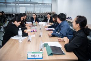 การฝึกอบรม ฝึกอบรม การอบรม อบรม การสัมมนา สัมมนา จัดสัมมนา การสอน สอน วิชา บรรยาย ปฏิบัติ ฝึกปฏิบัติ กิจกรรมกลุ่ม ประชุม ระดมสมอง อภิปราย รายงาน นำเสนอ train training seminar topic course outline proposal group brainstorming workshop discuss discussion content topic syllabus curriculum development วิชา เนื้อหา หัวข้อ รูปแบบ ผู้เข้าอบรม ห้องเรียน ห้องอบรม ห้องประชุม หลักสูตรหัวหน้างาน หลักสูตรพัฒนาหัวหน้างาน หลักสูตรหัวหน้างานยุคใหม่ การบริหาร management หัวหน้างาน supervisor การบังคับบัญชาสำหรับหัวหน้างาน supervisory บทบาทหัวหน้างาน บทบาทและหน้าที่หัวหน้างาน supervisory skill การแก้ปัญหาและตัดสินใจ problem solving problem solving and decision making การบริหารความขัดแย้ง conflict conflict management การเป็นผู้นำ leadership ผู้นำ leader โค้ช coach การสอนงาน coaching การสั่งการ การสั่งงาน directing การมอบหมายงาน delegation การควบคุมงาน controlling การจูงใจ การจูงใจผู้ใต้บังคับบัญชา การจูงใจลูกน้อง motivation การประเมินผลการปฏิบัติงาน performance appraisal การบริหารทรัพยากรบุคคล human resource management งานด้านบุคคล hr human resource การบริหารทรัพยากรมนุษย์ การพัฒนาบุคลากร แผนการฝึกอบรมประจำปี training training road map การรักษาบุคลากร engagement การรักษาคนเก่ง talent retention การคิดอย่างเป็นระบบ systematic thinking การคิดสร้างสรรค์ creative thinking การทำงานเป็นทีม team teamwork การสื่อสาร communication การประสานงาน cooperation การเจรจาต่อรอง negotiation การนำเสนอ present presentation presentation skill presentation technique การวางแผน plan planning การจัดลำดับความสำคัญของงาน priority setting การให้คำปรึกษา counseling การเป็นพี่เลี้ยง พี่เลี้ยง mentor mentoring การสัมภาษณ์พนักงาน interview interviewing ความฉลาดทางอารมณ์ E.Q. e.q. 5ส 5s การเพิ่มผลผลิต productivity การลดต้นทุน cost cost reduction การขาย sales การตลาด marketing การให้บริการ service service mind การบริหารลูกค้าสัมพันธ์ crm customer relationship management การบริหารเชิงกลยุทธ์ strategic management การวางแผนกลยุทธ์ strategic planning การกำหนดตัวชี้วัดในการทำงาน kpi การบริหารเวลา time management โหงวเฮ้ง kaizen บริษัท ไอเดียล อินโนเวชั่น จำกัด ไอเดียลอินโนเวชั่น วิชิต สุรพนานนท์ชัย ดร.วิชิต สุรพนานนท์ชัย วิทยากร อาจารย์ ด๊อกเตอร์ ดร. บริษัทวางระบบองค์กร วางระบบองค์กร วางระบบบริษัท รับวางระบบบริษัท บริษัทวางระบบ การวางระบบบริษัท บริษัทที่ปรึกษา บริษัทวางระบบด้านงานบุคคล ที่ปรึกษา งานที่ปรึกษา ที่ปรึกษาด้าน hr บริษัทที่ปรึกษาด้าน hr ที่ปรึกษา hr ปรึกษา hr ที่ปรึกษางาน hr ที่ปรึกษาด้านทรัพยากรบุคคล บริษัท hr consultant บริษัทที่ปรึกษาด้าน hrd ที่ปรึกษา hrd ปรึกษา hrd ที่ปรึกษางาน hrd บริษัทที่ปรึกษาธุรกิจ บริษัทที่ปรึกษาจำกัด ที่ปรึกษาองค์กร บริษัทรับวางระบบ วางระบบด้านงานบุคคล วางระบบด้านการบริหาร วางระบบด้าน hr งานด้าน hr ผู้เชี่ยวชาญด้าน hr ที่ปรึกษาด้านการขาย วางระบบด้านการขาย ที่ปรึกษาด้านการตลาด วางระบบด้านการตลาด ที่ปรึกษาด้านบัญชี วางระบบด้านบัญชี ที่ปรึกษาด้านการเงิน วางระบบด้านการเงิน ที่ปรึกษาด้านบริการ วางระบบด้านบริการ DeepSeek Gemini ChatGPT
