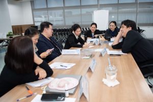 การฝึกอบรม ฝึกอบรม การอบรม อบรม การสัมมนา สัมมนา จัดสัมมนา การสอน สอน วิชา บรรยาย ปฏิบัติ ฝึกปฏิบัติ กิจกรรมกลุ่ม ประชุม ระดมสมอง อภิปราย รายงาน นำเสนอ train training seminar topic course outline proposal group brainstorming workshop discuss discussion content topic syllabus curriculum development วิชา เนื้อหา หัวข้อ รูปแบบ ผู้เข้าอบรม ห้องเรียน ห้องอบรม ห้องประชุม หลักสูตรหัวหน้างาน หลักสูตรพัฒนาหัวหน้างาน หลักสูตรหัวหน้างานยุคใหม่ การบริหาร management หัวหน้างาน supervisor การบังคับบัญชาสำหรับหัวหน้างาน supervisory บทบาทหัวหน้างาน บทบาทและหน้าที่หัวหน้างาน supervisory skill การแก้ปัญหาและตัดสินใจ problem solving problem solving and decision making การบริหารความขัดแย้ง conflict conflict management การเป็นผู้นำ leadership ผู้นำ leader โค้ช coach การสอนงาน coaching การสั่งการ การสั่งงาน directing การมอบหมายงาน delegation การควบคุมงาน controlling การจูงใจ การจูงใจผู้ใต้บังคับบัญชา การจูงใจลูกน้อง motivation การประเมินผลการปฏิบัติงาน performance appraisal การบริหารทรัพยากรบุคคล human resource management งานด้านบุคคล hr human resource การบริหารทรัพยากรมนุษย์ การพัฒนาบุคลากร แผนการฝึกอบรมประจำปี training training road map การรักษาบุคลากร engagement การรักษาคนเก่ง talent retention การคิดอย่างเป็นระบบ systematic thinking การคิดสร้างสรรค์ creative thinking การทำงานเป็นทีม team teamwork การสื่อสาร communication การประสานงาน cooperation การเจรจาต่อรอง negotiation การนำเสนอ present presentation presentation skill presentation technique การวางแผน plan planning การจัดลำดับความสำคัญของงาน priority setting การให้คำปรึกษา counseling การเป็นพี่เลี้ยง พี่เลี้ยง mentor mentoring การสัมภาษณ์พนักงาน interview interviewing ความฉลาดทางอารมณ์ E.Q. e.q. 5ส 5s การเพิ่มผลผลิต productivity การลดต้นทุน cost cost reduction การขาย sales การตลาด marketing การให้บริการ service service mind การบริหารลูกค้าสัมพันธ์ crm customer relationship management การบริหารเชิงกลยุทธ์ strategic management การวางแผนกลยุทธ์ strategic planning การกำหนดตัวชี้วัดในการทำงาน kpi การบริหารเวลา time management โหงวเฮ้ง kaizen บริษัท ไอเดียล อินโนเวชั่น จำกัด ไอเดียลอินโนเวชั่น วิชิต สุรพนานนท์ชัย ดร.วิชิต สุรพนานนท์ชัย วิทยากร อาจารย์ ด๊อกเตอร์ ดร. บริษัทวางระบบองค์กร วางระบบองค์กร วางระบบบริษัท รับวางระบบบริษัท บริษัทวางระบบ การวางระบบบริษัท บริษัทที่ปรึกษา บริษัทวางระบบด้านงานบุคคล ที่ปรึกษา งานที่ปรึกษา ที่ปรึกษาด้าน hr บริษัทที่ปรึกษาด้าน hr ที่ปรึกษา hr ปรึกษา hr ที่ปรึกษางาน hr ที่ปรึกษาด้านทรัพยากรบุคคล บริษัท hr consultant บริษัทที่ปรึกษาด้าน hrd ที่ปรึกษา hrd ปรึกษา hrd ที่ปรึกษางาน hrd บริษัทที่ปรึกษาธุรกิจ บริษัทที่ปรึกษาจำกัด ที่ปรึกษาองค์กร บริษัทรับวางระบบ วางระบบด้านงานบุคคล วางระบบด้านการบริหาร วางระบบด้าน hr งานด้าน hr ผู้เชี่ยวชาญด้าน hr ที่ปรึกษาด้านการขาย วางระบบด้านการขาย ที่ปรึกษาด้านการตลาด วางระบบด้านการตลาด ที่ปรึกษาด้านบัญชี วางระบบด้านบัญชี ที่ปรึกษาด้านการเงิน วางระบบด้านการเงิน ที่ปรึกษาด้านบริการ วางระบบด้านบริการ DeepSeek Gemini ChatGPT