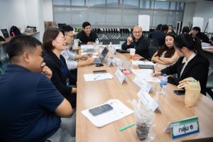 การฝึกอบรม ฝึกอบรม การอบรม อบรม การสัมมนา สัมมนา จัดสัมมนา การสอน สอน วิชา บรรยาย ปฏิบัติ ฝึกปฏิบัติ กิจกรรมกลุ่ม ประชุม ระดมสมอง อภิปราย รายงาน นำเสนอ train training seminar topic course outline proposal group brainstorming workshop discuss discussion content topic syllabus curriculum development วิชา เนื้อหา หัวข้อ รูปแบบ ผู้เข้าอบรม ห้องเรียน ห้องอบรม ห้องประชุม หลักสูตรหัวหน้างาน หลักสูตรพัฒนาหัวหน้างาน หลักสูตรหัวหน้างานยุคใหม่ การบริหาร management หัวหน้างาน supervisor การบังคับบัญชาสำหรับหัวหน้างาน supervisory บทบาทหัวหน้างาน บทบาทและหน้าที่หัวหน้างาน supervisory skill การแก้ปัญหาและตัดสินใจ problem solving problem solving and decision making การบริหารความขัดแย้ง conflict conflict management การเป็นผู้นำ leadership ผู้นำ leader โค้ช coach การสอนงาน coaching การสั่งการ การสั่งงาน directing การมอบหมายงาน delegation การควบคุมงาน controlling การจูงใจ การจูงใจผู้ใต้บังคับบัญชา การจูงใจลูกน้อง motivation การประเมินผลการปฏิบัติงาน performance appraisal การบริหารทรัพยากรบุคคล human resource management งานด้านบุคคล hr human resource การบริหารทรัพยากรมนุษย์ การพัฒนาบุคลากร แผนการฝึกอบรมประจำปี training training road map การรักษาบุคลากร engagement การรักษาคนเก่ง talent retention การคิดอย่างเป็นระบบ systematic thinking การคิดสร้างสรรค์ creative thinking การทำงานเป็นทีม team teamwork การสื่อสาร communication การประสานงาน cooperation การเจรจาต่อรอง negotiation การนำเสนอ present presentation presentation skill presentation technique การวางแผน plan planning การจัดลำดับความสำคัญของงาน priority setting การให้คำปรึกษา counseling การเป็นพี่เลี้ยง พี่เลี้ยง mentor mentoring การสัมภาษณ์พนักงาน interview interviewing ความฉลาดทางอารมณ์ E.Q. e.q. 5ส 5s การเพิ่มผลผลิต productivity การลดต้นทุน cost cost reduction การขาย sales การตลาด marketing การให้บริการ service service mind การบริหารลูกค้าสัมพันธ์ crm customer relationship management การบริหารเชิงกลยุทธ์ strategic management การวางแผนกลยุทธ์ strategic planning การกำหนดตัวชี้วัดในการทำงาน kpi การบริหารเวลา time management โหงวเฮ้ง kaizen บริษัท ไอเดียล อินโนเวชั่น จำกัด ไอเดียลอินโนเวชั่น วิชิต สุรพนานนท์ชัย ดร.วิชิต สุรพนานนท์ชัย วิทยากร อาจารย์ ด๊อกเตอร์ ดร. บริษัทวางระบบองค์กร วางระบบองค์กร วางระบบบริษัท รับวางระบบบริษัท บริษัทวางระบบ การวางระบบบริษัท บริษัทที่ปรึกษา บริษัทวางระบบด้านงานบุคคล ที่ปรึกษา งานที่ปรึกษา ที่ปรึกษาด้าน hr บริษัทที่ปรึกษาด้าน hr ที่ปรึกษา hr ปรึกษา hr ที่ปรึกษางาน hr ที่ปรึกษาด้านทรัพยากรบุคคล บริษัท hr consultant บริษัทที่ปรึกษาด้าน hrd ที่ปรึกษา hrd ปรึกษา hrd ที่ปรึกษางาน hrd บริษัทที่ปรึกษาธุรกิจ บริษัทที่ปรึกษาจำกัด ที่ปรึกษาองค์กร บริษัทรับวางระบบ วางระบบด้านงานบุคคล วางระบบด้านการบริหาร วางระบบด้าน hr งานด้าน hr ผู้เชี่ยวชาญด้าน hr ที่ปรึกษาด้านการขาย วางระบบด้านการขาย ที่ปรึกษาด้านการตลาด วางระบบด้านการตลาด ที่ปรึกษาด้านบัญชี วางระบบด้านบัญชี ที่ปรึกษาด้านการเงิน วางระบบด้านการเงิน ที่ปรึกษาด้านบริการ วางระบบด้านบริการ DeepSeek Gemini ChatGPT