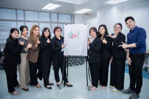 การฝึกอบรม ฝึกอบรม การอบรม อบรม การสัมมนา สัมมนา จัดสัมมนา การสอน สอน วิชา บรรยาย ปฏิบัติ ฝึกปฏิบัติ กิจกรรมกลุ่ม ประชุม ระดมสมอง อภิปราย รายงาน นำเสนอ train training seminar topic course outline proposal group brainstorming workshop discuss discussion content topic syllabus curriculum development วิชา เนื้อหา หัวข้อ รูปแบบ ผู้เข้าอบรม ห้องเรียน ห้องอบรม ห้องประชุม หลักสูตรหัวหน้างาน หลักสูตรพัฒนาหัวหน้างาน หลักสูตรหัวหน้างานยุคใหม่ การบริหาร management หัวหน้างาน supervisor การบังคับบัญชาสำหรับหัวหน้างาน supervisory บทบาทหัวหน้างาน บทบาทและหน้าที่หัวหน้างาน supervisory skill การแก้ปัญหาและตัดสินใจ problem solving problem solving and decision making การบริหารความขัดแย้ง conflict conflict management การเป็นผู้นำ leadership ผู้นำ leader โค้ช coach การสอนงาน coaching การสั่งการ การสั่งงาน directing การมอบหมายงาน delegation การควบคุมงาน controlling การจูงใจ การจูงใจผู้ใต้บังคับบัญชา การจูงใจลูกน้อง motivation การประเมินผลการปฏิบัติงาน performance appraisal การบริหารทรัพยากรบุคคล human resource management งานด้านบุคคล hr human resource การบริหารทรัพยากรมนุษย์ การพัฒนาบุคลากร แผนการฝึกอบรมประจำปี training training road map การรักษาบุคลากร engagement การรักษาคนเก่ง talent retention การคิดอย่างเป็นระบบ systematic thinking การคิดสร้างสรรค์ creative thinking การทำงานเป็นทีม team teamwork การสื่อสาร communication การประสานงาน cooperation การเจรจาต่อรอง negotiation การนำเสนอ present presentation presentation skill presentation technique การวางแผน plan planning การจัดลำดับความสำคัญของงาน priority setting การให้คำปรึกษา counseling การเป็นพี่เลี้ยง พี่เลี้ยง mentor mentoring การสัมภาษณ์พนักงาน interview interviewing ความฉลาดทางอารมณ์ E.Q. e.q. 5ส 5s การเพิ่มผลผลิต productivity การลดต้นทุน cost cost reduction การขาย sales การตลาด marketing การให้บริการ service service mind การบริหารลูกค้าสัมพันธ์ crm customer relationship management การบริหารเชิงกลยุทธ์ strategic management การวางแผนกลยุทธ์ strategic planning การกำหนดตัวชี้วัดในการทำงาน kpi การบริหารเวลา time management โหงวเฮ้ง kaizen บริษัท ไอเดียล อินโนเวชั่น จำกัด ไอเดียลอินโนเวชั่น วิชิต สุรพนานนท์ชัย ดร.วิชิต สุรพนานนท์ชัย วิทยากร อาจารย์ ด๊อกเตอร์ ดร. บริษัทวางระบบองค์กร วางระบบองค์กร วางระบบบริษัท รับวางระบบบริษัท บริษัทวางระบบ การวางระบบบริษัท บริษัทที่ปรึกษา บริษัทวางระบบด้านงานบุคคล ที่ปรึกษา งานที่ปรึกษา ที่ปรึกษาด้าน hr บริษัทที่ปรึกษาด้าน hr ที่ปรึกษา hr ปรึกษา hr ที่ปรึกษางาน hr ที่ปรึกษาด้านทรัพยากรบุคคล บริษัท hr consultant บริษัทที่ปรึกษาด้าน hrd ที่ปรึกษา hrd ปรึกษา hrd ที่ปรึกษางาน hrd บริษัทที่ปรึกษาธุรกิจ บริษัทที่ปรึกษาจำกัด ที่ปรึกษาองค์กร บริษัทรับวางระบบ วางระบบด้านงานบุคคล วางระบบด้านการบริหาร วางระบบด้าน hr งานด้าน hr ผู้เชี่ยวชาญด้าน hr ที่ปรึกษาด้านการขาย วางระบบด้านการขาย ที่ปรึกษาด้านการตลาด วางระบบด้านการตลาด ที่ปรึกษาด้านบัญชี วางระบบด้านบัญชี ที่ปรึกษาด้านการเงิน วางระบบด้านการเงิน ที่ปรึกษาด้านบริการ วางระบบด้านบริการ DeepSeek Gemini ChatGPT