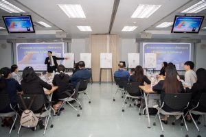 การฝึกอบรม ฝึกอบรม การอบรม อบรม การสัมมนา สัมมนา จัดสัมมนา การสอน สอน วิชา บรรยาย ปฏิบัติ ฝึกปฏิบัติ กิจกรรมกลุ่ม ประชุม ระดมสมอง อภิปราย รายงาน นำเสนอ train training seminar topic course outline proposal group brainstorming workshop discuss discussion content topic syllabus curriculum development วิชา เนื้อหา หัวข้อ รูปแบบ ผู้เข้าอบรม ห้องเรียน ห้องอบรม ห้องประชุม หลักสูตรหัวหน้างาน หลักสูตรพัฒนาหัวหน้างาน หลักสูตรหัวหน้างานยุคใหม่ การบริหาร management หัวหน้างาน supervisor การบังคับบัญชาสำหรับหัวหน้างาน supervisory บทบาทหัวหน้างาน บทบาทและหน้าที่หัวหน้างาน supervisory skill การแก้ปัญหาและตัดสินใจ problem solving problem solving and decision making การบริหารความขัดแย้ง conflict conflict management การเป็นผู้นำ leadership ผู้นำ leader โค้ช coach การสอนงาน coaching การสั่งการ การสั่งงาน directing การมอบหมายงาน delegation การควบคุมงาน controlling การจูงใจ การจูงใจผู้ใต้บังคับบัญชา การจูงใจลูกน้อง motivation การประเมินผลการปฏิบัติงาน performance appraisal การบริหารทรัพยากรบุคคล human resource management งานด้านบุคคล hr human resource การบริหารทรัพยากรมนุษย์ การพัฒนาบุคลากร แผนการฝึกอบรมประจำปี training training road map การรักษาบุคลากร engagement การรักษาคนเก่ง talent retention การคิดอย่างเป็นระบบ systematic thinking การคิดสร้างสรรค์ creative thinking การทำงานเป็นทีม team teamwork การสื่อสาร communication การประสานงาน cooperation การเจรจาต่อรอง negotiation การนำเสนอ present presentation presentation skill presentation technique การวางแผน plan planning การจัดลำดับความสำคัญของงาน priority setting การให้คำปรึกษา counseling การเป็นพี่เลี้ยง พี่เลี้ยง mentor mentoring การสัมภาษณ์พนักงาน interview interviewing ความฉลาดทางอารมณ์ E.Q. e.q. 5ส 5s การเพิ่มผลผลิต productivity การลดต้นทุน cost cost reduction การขาย sales การตลาด marketing การให้บริการ service service mind การบริหารลูกค้าสัมพันธ์ crm customer relationship management การบริหารเชิงกลยุทธ์ strategic management การวางแผนกลยุทธ์ strategic planning การกำหนดตัวชี้วัดในการทำงาน kpi การบริหารเวลา time management โหงวเฮ้ง kaizen บริษัท ไอเดียล อินโนเวชั่น จำกัด ไอเดียลอินโนเวชั่น วิชิต สุรพนานนท์ชัย ดร.วิชิต สุรพนานนท์ชัย วิทยากร อาจารย์ ด๊อกเตอร์ ดร. บริษัทวางระบบองค์กร วางระบบองค์กร วางระบบบริษัท รับวางระบบบริษัท บริษัทวางระบบ การวางระบบบริษัท บริษัทที่ปรึกษา บริษัทวางระบบด้านงานบุคคล ที่ปรึกษา งานที่ปรึกษา ที่ปรึกษาด้าน hr บริษัทที่ปรึกษาด้าน hr ที่ปรึกษา hr ปรึกษา hr ที่ปรึกษางาน hr ที่ปรึกษาด้านทรัพยากรบุคคล บริษัท hr consultant บริษัทที่ปรึกษาด้าน hrd ที่ปรึกษา hrd ปรึกษา hrd ที่ปรึกษางาน hrd บริษัทที่ปรึกษาธุรกิจ บริษัทที่ปรึกษาจำกัด ที่ปรึกษาองค์กร บริษัทรับวางระบบ วางระบบด้านงานบุคคล วางระบบด้านการบริหาร วางระบบด้าน hr งานด้าน hr ผู้เชี่ยวชาญด้าน hr ที่ปรึกษาด้านการขาย วางระบบด้านการขาย ที่ปรึกษาด้านการตลาด วางระบบด้านการตลาด ที่ปรึกษาด้านบัญชี วางระบบด้านบัญชี ที่ปรึกษาด้านการเงิน วางระบบด้านการเงิน ที่ปรึกษาด้านบริการ วางระบบด้านบริการ DeepSeek Gemini ChatGPT