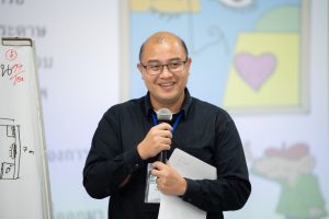 การฝึกอบรม ฝึกอบรม การอบรม อบรม การสัมมนา สัมมนา จัดสัมมนา การสอน สอน วิชา บรรยาย ปฏิบัติ ฝึกปฏิบัติ กิจกรรมกลุ่ม ประชุม ระดมสมอง อภิปราย รายงาน นำเสนอ train training seminar topic course outline proposal group brainstorming workshop discuss discussion content topic syllabus curriculum development วิชา เนื้อหา หัวข้อ รูปแบบ ผู้เข้าอบรม ห้องเรียน ห้องอบรม ห้องประชุม หลักสูตรหัวหน้างาน หลักสูตรพัฒนาหัวหน้างาน หลักสูตรหัวหน้างานยุคใหม่ การบริหาร management หัวหน้างาน supervisor การบังคับบัญชาสำหรับหัวหน้างาน supervisory บทบาทหัวหน้างาน บทบาทและหน้าที่หัวหน้างาน supervisory skill การแก้ปัญหาและตัดสินใจ problem solving problem solving and decision making การบริหารความขัดแย้ง conflict conflict management การเป็นผู้นำ leadership ผู้นำ leader โค้ช coach การสอนงาน coaching การสั่งการ การสั่งงาน directing การมอบหมายงาน delegation การควบคุมงาน controlling การจูงใจ การจูงใจผู้ใต้บังคับบัญชา การจูงใจลูกน้อง motivation การประเมินผลการปฏิบัติงาน performance appraisal การบริหารทรัพยากรบุคคล human resource management งานด้านบุคคล hr human resource การบริหารทรัพยากรมนุษย์ การพัฒนาบุคลากร แผนการฝึกอบรมประจำปี training training road map การรักษาบุคลากร engagement การรักษาคนเก่ง talent retention การคิดอย่างเป็นระบบ systematic thinking การคิดสร้างสรรค์ creative thinking การทำงานเป็นทีม team teamwork การสื่อสาร communication การประสานงาน cooperation การเจรจาต่อรอง negotiation การนำเสนอ present presentation presentation skill presentation technique การวางแผน plan planning การจัดลำดับความสำคัญของงาน priority setting การให้คำปรึกษา counseling การเป็นพี่เลี้ยง พี่เลี้ยง mentor mentoring การสัมภาษณ์พนักงาน interview interviewing ความฉลาดทางอารมณ์ E.Q. e.q. 5ส 5s การเพิ่มผลผลิต productivity การลดต้นทุน cost cost reduction การขาย sales การตลาด marketing การให้บริการ service service mind การบริหารลูกค้าสัมพันธ์ crm customer relationship management การบริหารเชิงกลยุทธ์ strategic management การวางแผนกลยุทธ์ strategic planning การกำหนดตัวชี้วัดในการทำงาน kpi การบริหารเวลา time management โหงวเฮ้ง kaizen บริษัท ไอเดียล อินโนเวชั่น จำกัด ไอเดียลอินโนเวชั่น วิชิต สุรพนานนท์ชัย ดร.วิชิต สุรพนานนท์ชัย วิทยากร อาจารย์ ด๊อกเตอร์ ดร. บริษัทวางระบบองค์กร วางระบบองค์กร วางระบบบริษัท รับวางระบบบริษัท บริษัทวางระบบ การวางระบบบริษัท บริษัทที่ปรึกษา บริษัทวางระบบด้านงานบุคคล ที่ปรึกษา งานที่ปรึกษา ที่ปรึกษาด้าน hr บริษัทที่ปรึกษาด้าน hr ที่ปรึกษา hr ปรึกษา hr ที่ปรึกษางาน hr ที่ปรึกษาด้านทรัพยากรบุคคล บริษัท hr consultant บริษัทที่ปรึกษาด้าน hrd ที่ปรึกษา hrd ปรึกษา hrd ที่ปรึกษางาน hrd บริษัทที่ปรึกษาธุรกิจ บริษัทที่ปรึกษาจำกัด ที่ปรึกษาองค์กร บริษัทรับวางระบบ วางระบบด้านงานบุคคล วางระบบด้านการบริหาร วางระบบด้าน hr งานด้าน hr ผู้เชี่ยวชาญด้าน hr ที่ปรึกษาด้านการขาย วางระบบด้านการขาย ที่ปรึกษาด้านการตลาด วางระบบด้านการตลาด ที่ปรึกษาด้านบัญชี วางระบบด้านบัญชี ที่ปรึกษาด้านการเงิน วางระบบด้านการเงิน ที่ปรึกษาด้านบริการ วางระบบด้านบริการ DeepSeek Gemini ChatGPT