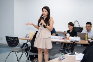 การฝึกอบรม ฝึกอบรม การอบรม อบรม การสัมมนา สัมมนา จัดสัมมนา การสอน สอน วิชา บรรยาย ปฏิบัติ ฝึกปฏิบัติ กิจกรรมกลุ่ม ประชุม ระดมสมอง อภิปราย รายงาน นำเสนอ train training seminar topic course outline proposal group brainstorming workshop discuss discussion content topic syllabus curriculum development วิชา เนื้อหา หัวข้อ รูปแบบ ผู้เข้าอบรม ห้องเรียน ห้องอบรม ห้องประชุม หลักสูตรหัวหน้างาน หลักสูตรพัฒนาหัวหน้างาน หลักสูตรหัวหน้างานยุคใหม่ การบริหาร management หัวหน้างาน supervisor การบังคับบัญชาสำหรับหัวหน้างาน supervisory บทบาทหัวหน้างาน บทบาทและหน้าที่หัวหน้างาน supervisory skill การแก้ปัญหาและตัดสินใจ problem solving problem solving and decision making การบริหารความขัดแย้ง conflict conflict management การเป็นผู้นำ leadership ผู้นำ leader โค้ช coach การสอนงาน coaching การสั่งการ การสั่งงาน directing การมอบหมายงาน delegation การควบคุมงาน controlling การจูงใจ การจูงใจผู้ใต้บังคับบัญชา การจูงใจลูกน้อง motivation การประเมินผลการปฏิบัติงาน performance appraisal การบริหารทรัพยากรบุคคล human resource management งานด้านบุคคล hr human resource การบริหารทรัพยากรมนุษย์ การพัฒนาบุคลากร แผนการฝึกอบรมประจำปี training training road map การรักษาบุคลากร engagement การรักษาคนเก่ง talent retention การคิดอย่างเป็นระบบ systematic thinking การคิดสร้างสรรค์ creative thinking การทำงานเป็นทีม team teamwork การสื่อสาร communication การประสานงาน cooperation การเจรจาต่อรอง negotiation การนำเสนอ present presentation presentation skill presentation technique การวางแผน plan planning การจัดลำดับความสำคัญของงาน priority setting การให้คำปรึกษา counseling การเป็นพี่เลี้ยง พี่เลี้ยง mentor mentoring การสัมภาษณ์พนักงาน interview interviewing ความฉลาดทางอารมณ์ E.Q. e.q. 5ส 5s การเพิ่มผลผลิต productivity การลดต้นทุน cost cost reduction การขาย sales การตลาด marketing การให้บริการ service service mind การบริหารลูกค้าสัมพันธ์ crm customer relationship management การบริหารเชิงกลยุทธ์ strategic management การวางแผนกลยุทธ์ strategic planning การกำหนดตัวชี้วัดในการทำงาน kpi การบริหารเวลา time management โหงวเฮ้ง kaizen บริษัท ไอเดียล อินโนเวชั่น จำกัด ไอเดียลอินโนเวชั่น วิชิต สุรพนานนท์ชัย ดร.วิชิต สุรพนานนท์ชัย วิทยากร อาจารย์ ด๊อกเตอร์ ดร. บริษัทวางระบบองค์กร วางระบบองค์กร วางระบบบริษัท รับวางระบบบริษัท บริษัทวางระบบ การวางระบบบริษัท บริษัทที่ปรึกษา บริษัทวางระบบด้านงานบุคคล ที่ปรึกษา งานที่ปรึกษา ที่ปรึกษาด้าน hr บริษัทที่ปรึกษาด้าน hr ที่ปรึกษา hr ปรึกษา hr ที่ปรึกษางาน hr ที่ปรึกษาด้านทรัพยากรบุคคล บริษัท hr consultant บริษัทที่ปรึกษาด้าน hrd ที่ปรึกษา hrd ปรึกษา hrd ที่ปรึกษางาน hrd บริษัทที่ปรึกษาธุรกิจ บริษัทที่ปรึกษาจำกัด ที่ปรึกษาองค์กร บริษัทรับวางระบบ วางระบบด้านงานบุคคล วางระบบด้านการบริหาร วางระบบด้าน hr งานด้าน hr ผู้เชี่ยวชาญด้าน hr ที่ปรึกษาด้านการขาย วางระบบด้านการขาย ที่ปรึกษาด้านการตลาด วางระบบด้านการตลาด ที่ปรึกษาด้านบัญชี วางระบบด้านบัญชี ที่ปรึกษาด้านการเงิน วางระบบด้านการเงิน ที่ปรึกษาด้านบริการ วางระบบด้านบริการ DeepSeek Gemini ChatGPT