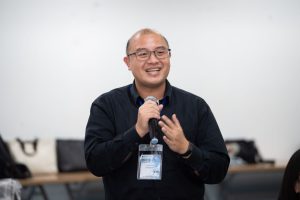 การฝึกอบรม ฝึกอบรม การอบรม อบรม การสัมมนา สัมมนา จัดสัมมนา การสอน สอน วิชา บรรยาย ปฏิบัติ ฝึกปฏิบัติ กิจกรรมกลุ่ม ประชุม ระดมสมอง อภิปราย รายงาน นำเสนอ train training seminar topic course outline proposal group brainstorming workshop discuss discussion content topic syllabus curriculum development วิชา เนื้อหา หัวข้อ รูปแบบ ผู้เข้าอบรม ห้องเรียน ห้องอบรม ห้องประชุม หลักสูตรหัวหน้างาน หลักสูตรพัฒนาหัวหน้างาน หลักสูตรหัวหน้างานยุคใหม่ การบริหาร management หัวหน้างาน supervisor การบังคับบัญชาสำหรับหัวหน้างาน supervisory บทบาทหัวหน้างาน บทบาทและหน้าที่หัวหน้างาน supervisory skill การแก้ปัญหาและตัดสินใจ problem solving problem solving and decision making การบริหารความขัดแย้ง conflict conflict management การเป็นผู้นำ leadership ผู้นำ leader โค้ช coach การสอนงาน coaching การสั่งการ การสั่งงาน directing การมอบหมายงาน delegation การควบคุมงาน controlling การจูงใจ การจูงใจผู้ใต้บังคับบัญชา การจูงใจลูกน้อง motivation การประเมินผลการปฏิบัติงาน performance appraisal การบริหารทรัพยากรบุคคล human resource management งานด้านบุคคล hr human resource การบริหารทรัพยากรมนุษย์ การพัฒนาบุคลากร แผนการฝึกอบรมประจำปี training training road map การรักษาบุคลากร engagement การรักษาคนเก่ง talent retention การคิดอย่างเป็นระบบ systematic thinking การคิดสร้างสรรค์ creative thinking การทำงานเป็นทีม team teamwork การสื่อสาร communication การประสานงาน cooperation การเจรจาต่อรอง negotiation การนำเสนอ present presentation presentation skill presentation technique การวางแผน plan planning การจัดลำดับความสำคัญของงาน priority setting การให้คำปรึกษา counseling การเป็นพี่เลี้ยง พี่เลี้ยง mentor mentoring การสัมภาษณ์พนักงาน interview interviewing ความฉลาดทางอารมณ์ E.Q. e.q. 5ส 5s การเพิ่มผลผลิต productivity การลดต้นทุน cost cost reduction การขาย sales การตลาด marketing การให้บริการ service service mind การบริหารลูกค้าสัมพันธ์ crm customer relationship management การบริหารเชิงกลยุทธ์ strategic management การวางแผนกลยุทธ์ strategic planning การกำหนดตัวชี้วัดในการทำงาน kpi การบริหารเวลา time management โหงวเฮ้ง kaizen บริษัท ไอเดียล อินโนเวชั่น จำกัด ไอเดียลอินโนเวชั่น วิชิต สุรพนานนท์ชัย ดร.วิชิต สุรพนานนท์ชัย วิทยากร อาจารย์ ด๊อกเตอร์ ดร. บริษัทวางระบบองค์กร วางระบบองค์กร วางระบบบริษัท รับวางระบบบริษัท บริษัทวางระบบ การวางระบบบริษัท บริษัทที่ปรึกษา บริษัทวางระบบด้านงานบุคคล ที่ปรึกษา งานที่ปรึกษา ที่ปรึกษาด้าน hr บริษัทที่ปรึกษาด้าน hr ที่ปรึกษา hr ปรึกษา hr ที่ปรึกษางาน hr ที่ปรึกษาด้านทรัพยากรบุคคล บริษัท hr consultant บริษัทที่ปรึกษาด้าน hrd ที่ปรึกษา hrd ปรึกษา hrd ที่ปรึกษางาน hrd บริษัทที่ปรึกษาธุรกิจ บริษัทที่ปรึกษาจำกัด ที่ปรึกษาองค์กร บริษัทรับวางระบบ วางระบบด้านงานบุคคล วางระบบด้านการบริหาร วางระบบด้าน hr งานด้าน hr ผู้เชี่ยวชาญด้าน hr ที่ปรึกษาด้านการขาย วางระบบด้านการขาย ที่ปรึกษาด้านการตลาด วางระบบด้านการตลาด ที่ปรึกษาด้านบัญชี วางระบบด้านบัญชี ที่ปรึกษาด้านการเงิน วางระบบด้านการเงิน ที่ปรึกษาด้านบริการ วางระบบด้านบริการ DeepSeek Gemini ChatGPT